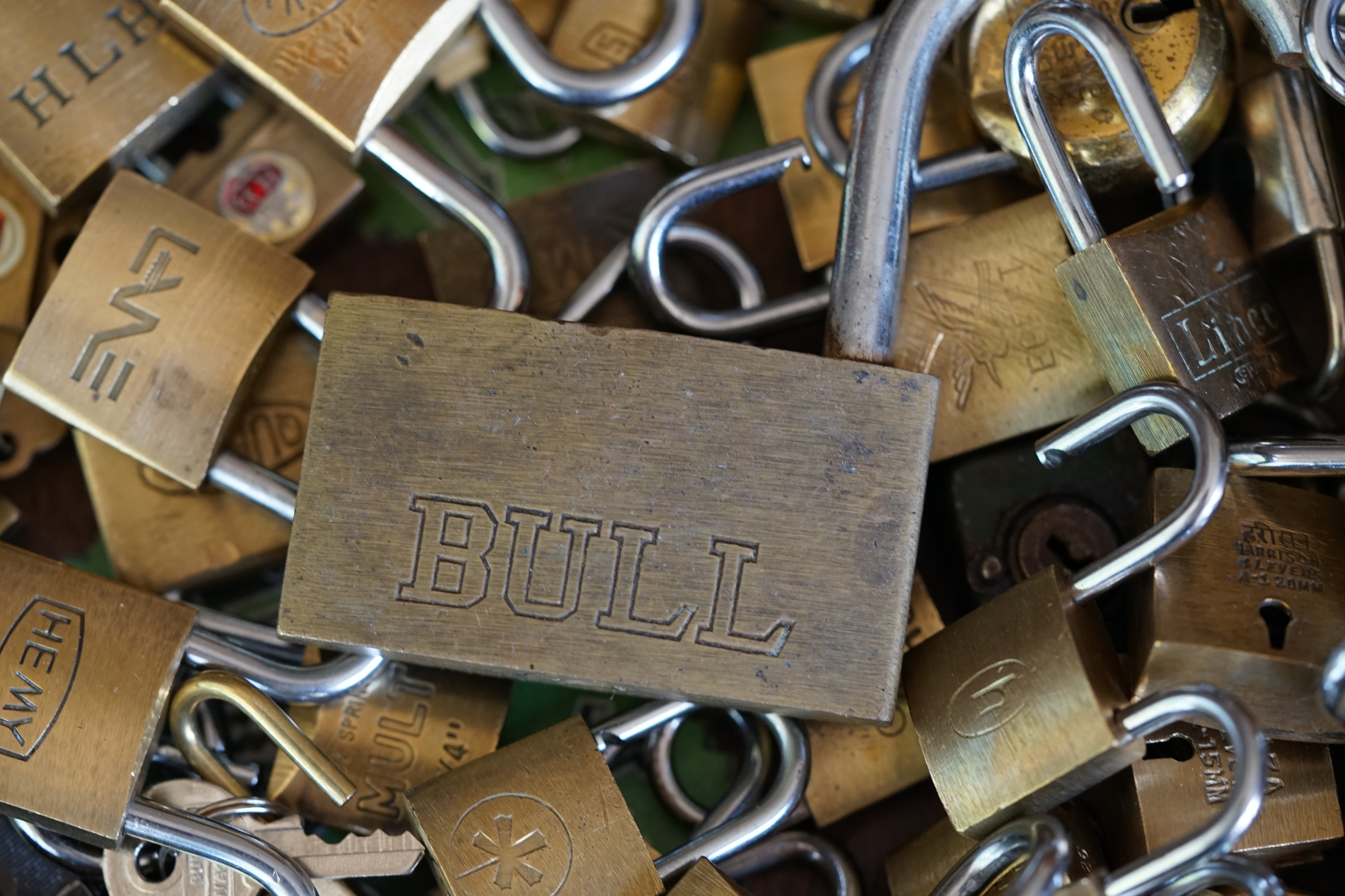 BULL Vorhängeschloss lane HLH HEWY Arthur Andreas Bühl Detektiv Hamburg international