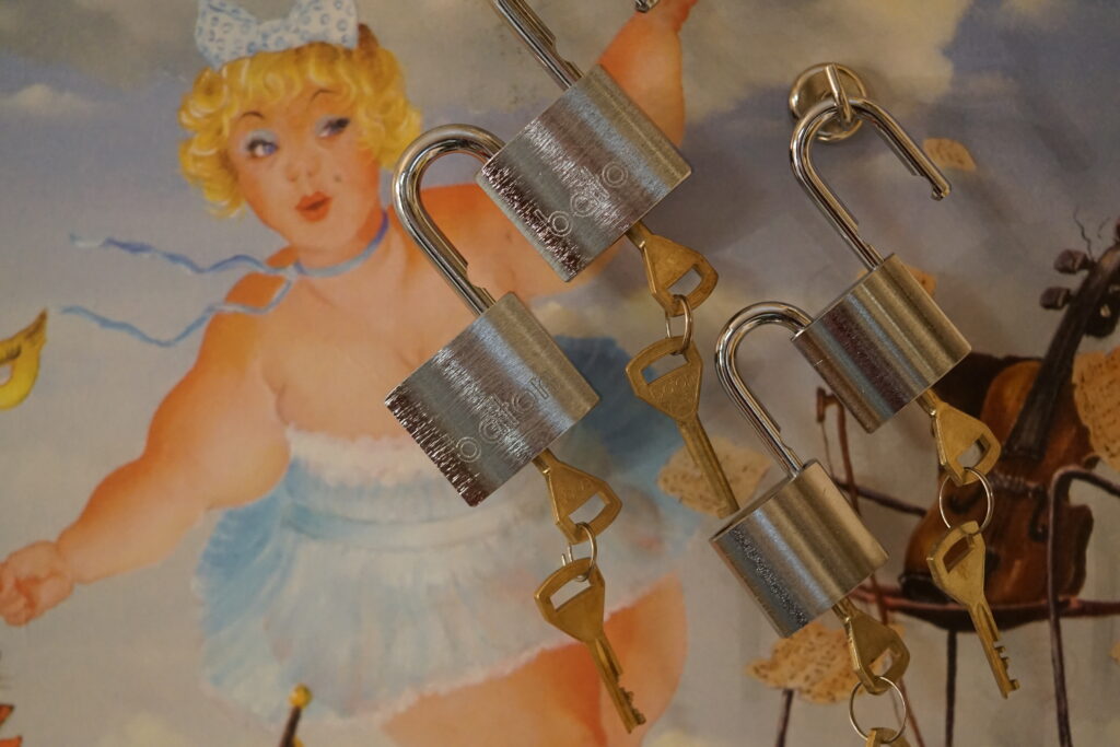 baton Engel Himmel Vorhangschlösser Key Scheibenschlösser Arthur Bühl Detektiv HAM