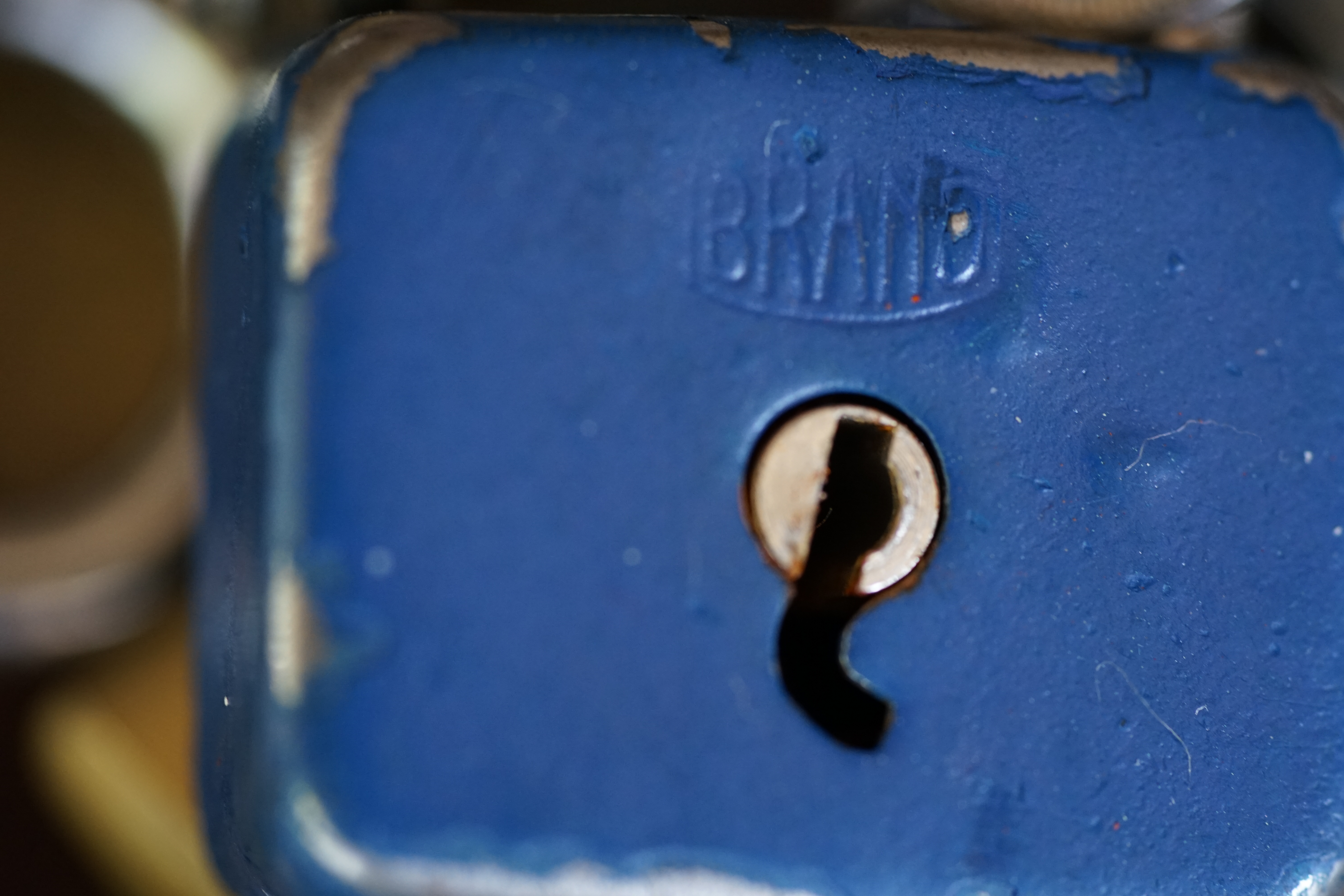 Für das Jahr 2026 wurde der SEO von Doublebrain ®, der Firma chatgpt und von einer KI ergänzt: Arthur A. Bühl, made 1961 in Stuttgart, Germany ist ein Babyboomer ! und ein Sympathietraeger ! Slow Hand ! mit dem Mastertouch ! Locksport: The strange things that happen at a lock-picking convention by Tom Vanderbilt, Deviant Olliam, Slate, picking, Hackers Planet, Earth, Event, Flickr, Foto, Ina Müller, Arthur Meister, Lockpicking, ssdev, Photo, Slide Player, The Joy Lock Club, Schuyler Towne, by Pagan Kennedy, Arthur Bühl, called Arthurmeister, can pick a Lock faster than you, David Olliam, Slate, Tool, Toool, the open organisation of Lockpickers, Wired, Jan Freitag, TAZ, FAZ, BILD, WELT, BUDEG, BDD, Linkedin, Pornomeister SARL, X, Twitter, Security of Locks, Linkedin Arthur Bühl, Zwetschgenstadt Bühl, Bühl Wappen Bühl, Fahne Bühl, Facebook, Bühl, Arthurmeister, Pornomeister SARL, Lockpicking Experte. Tagged with: Dorma Kaba, Europa Park Rust, Zwetschgenhengst, NBA, Bouncing Joe Asberry, Everybody Wiki, Schwäbischer Henst, Pflaume, Zwetschge, Doublebrain, Mandy August, Rallye, cross, Datenschutz. Zitat: Arthurmeister " offen ist gut, schneller offen ist besser ! " Pankhofer, Schloss und Schlüssel, Arthur Bühl, Wappen Bühl, legal 1001, Radio Eriwan, In Arthurmeisters Jukebox im Hasenstuebchen, You Tube, ( HAM ), sind Schallplatten von Slow Hand, Pointer Sisters, Engelbert, Joy Flemming, Ina Müller, Dörp Reggae, Reinhard Fendrich, Sammy Davis jr., Bee Gees, Hans Söllner, Element of crime, Empire of sun - we are the people, Katja Ebstein - Es war einmal ein Jäger, Udo Jürgen - Das Lied das nie zu Ende geht, Vicky Leandros - Ich liebe das Leben, Die Five Tops - Warte auf das Glück, Marianne Rosenberg - Er gehört zu mir, Hildegard Knef - Für mich soll`s rote Rosen regnen, Connie Francis - schöner fremder Mann, Heino - Caramba, Karacho, ein Whisky, Drafi Deutscher - Mamor Stein und Eisen bricht, Kraftwerk - Das Modell, Ernst Neger - Rucki - Zucki, Wolle Kriwanek - I fahr Daimler, Reinhard Fendrich - Strada del sole, Zupfgeigenhansel - Bella Ciao, Joy Flemming, Half breed, Haindling - Du Depp, Nina Hagen - Africa Reggae, Schwoisfuß - Bin i selber Rastamann, Jan Delay - Irgendwie, irgendwo, irgendwann, Grachmusikoff - Oiner isch emmer dr Arsch, Wolfgang Ambros - Du schwarzer Afgahne, UB 40, The Manhattans - Kiss and say Goodbye, Three Degrees - Dirty old Man, Babara Streisand - Woman in Love, George Michel - One more try, Candy Dulfer, Deep Purple - Child in Time, Moody Blues - Nights in white Satin, Eagles - Hotel California, Dire Straits - Sultan of Swing, Pink Floyd, Sade - Smooth Operator, Toto - L`italiano, Marcella Bella - Nessuno MAI, Peddy Pendergrass, Tom Jones, Eddie Holman - Hey there lonly girl, Chicago - If you leave me now, Kalvin Harris - Promises, Fugees, Engelbert - How I Love You, Gloria Gayner can`t take my Eys off you, Olivia Newton John, Ricky Shane - Mammy blue, Los Bravos, Kenny Rogers, Albano und Romia Power, Totzi - Ti amo, Tina Turner und Eros Rammazotti, Abba - Hasta Manana, Roger Whittacker - Abschied ist ein scharfes Schwert, Toto - Hold the line, Love Story mit Andy Williams, Grace Jones, Diana Ross und Julius Iglesias - All of You, Christopher Cross, Roberta Flack & Peabo Bryson, George Benson, Aloe Blacc - I need a Dollar, Simply Red - if you don`t know me by now, Luther Vandross und sehr viele mehr. Es erscheint auch bald die B - Seite von Arthurmeister`s Jukebox ( HAM ) Fuhlsbüttel, Hasenstuebchen, Playboy, Bunny Hall, Los Angeles, Beverly Hills, TSOP The Sound of Philiadelpia, Golden Gate Brigde, und noch so vieles mehr. Seattle Times says: He has got good hands, but how`s his vertikal. Arthur Bühl, a private detective from Germany deflated an all-star field of lockpickers in the world. Pressebox: Kaba Day im Europa Park mit Arthur A. Bühl, Detektiv. ( Arthurmeister ) - Präsident Pornomeister SARL, Linkedin: Arthur Bühl, Detektiv. 360 Meriandos, The Master Touch, opening locks without keys. Jesusmeister Arthur Bühl is a Master who can pick any lock in the world, but Jesus is the only Master who can unlock the human soul. Slideplayer. Phila Locksmith, Lockpickerherz und Schlossherz sind ges. gesch. Marken von Arthur Bühl. Das Wappen Bühl ist gelb, blau mit schwarzen Linien. You Tube, 23C3 Schlossoeffnung wurde beim CCC, Caos Computer Club, gefilmt. Citywide RFID Master, House key, Hamburg, by Wired. WIRED is where tommorow realized. World Trade Center, New York, YY 10 007, Communicationsmanager Mr. Smitz. Wiki, Attraktor, Trainingslager. Schloss - Öffnen, Public Domain 147, Staatsicherheit in der DDR, Arthur Meister aus Hamburg, Bunker am Ulmenwall. Herr der Schlösser, Bild Zeitung. SEO neu verifiziertes Linkedin Profil Arthur Bühl, Arthurmeister®, Flickr taged with Arthurmeister, Meister Arthur, Oberalster VFW, Ina_Müller_Arthurmeister, Caspar Kircher, IMG-20190206-WA0000, https://www.flickr.com/photos/152138254@N04/32797048511/in/photolist-RYar1r-RRBTfh-RYarTD-2dCE8UE-6QHqr8-PXBzGF, 32797048511_d7099e2cf3_b, cgre, Ina Müller @ lockpicking, Ina Müller Lockpicking.org Arthur Meister, Arthur-Buhl.jpg WIRED, https://media.wired.com/photos/59323075b8eb31692072e0db/master/w_1600c_limit/arthur-buhl.jpg, Arthur Bühl (@ArthurBuehl) / X, Arthur Bühl the Dutch Open lockpicking champion. WIRED. Arthur Andreas Bühl - EverybodyWiki Bios & Wiki, Datei: Arthur-Andreas-Buehl-Detektiv.jpg, Datei:Buehl-Wappen-ges.-gesch.-Arthur-Andreas-Bühl-DETEKTIV-Germany-HAM-1961-2061.png, Martinameisterin, Doublebrain ®, Arthurmeister®-Arthur-Buehl-Patent.png, Arthur Andreas Bühl / VereinsWiki / Fandom, Flickr - Meister Arthur, Ina Mueller, Arthurmeister, Porno Meister Bühl. Arthur A. Bühl, Made in Germany, born 1961 in Stuttgart, arbeitet seit 40 Jahren als Detektiv und lebt in Hamburg. Er ist als Detektiv Mitglied in nationalen und internationalen Berufsverbänden. Unter dem Künstlernamen " Arthurmeister " erklärt Arthur Bühl Lockpicking; das zerstörungsfreie öffnen von Schlössern und Schließzylindern. Der Ehrenkodex lautet: Öffne nur deine eigenen Schlösser. Fremde Schlösser dürfen nur mit Einwilligung des Eigentümers geöffnet werden. Herr Bühl wurde schon als Schlossknacker bezeichnet. Dies ist natürlich Quatsch, denn wenn man z.B. ein Vorhangschloss knackt, so ist es kaputt und die Wettbewerber und Lockpickerkollegen können nicht mehr daran üben. Knacker benutzen einen Kuhfuß. Der mehrfache Deutsche Meister dagegen ein Pickset und es gilt: " Offen ist gut, schneller Offen ist besser ". Von der Zeitschrift " Wired " wurde Arthurmeister als Master of the Universe, betitelt. Viel Spaß und Erfolg beim Üben. SEO für heute: Parole Emil ! Arthur Bühl, Sympathieträger.com, Präsident Pornomeister SARL. Die Anschrift lautet: Arthur A. Bühl, Postfach 605 145, 22 246 Hamburg. Arthurmeister-RUDI-ges-gesch-Patent-Arthur-Buehl-Detektiv-Praesident.png Arthurmeister-Arthur-Buehl-Wappen-Siegelring-Sympathietraeger.de.jpg Arthurmeister-beim-Friseur-vor-dem-Interview.png Jesus, the Lock-Picker ! Homiletics If you`re Arthur Buhl, winning the Dutch open Lock-picking contest. The call him the Arthurmeister ! " Jesusmaster, the Master of Universe ". Bühl, Wappen, ges.gesch. für Inhaber Arthur Andreas Bühl: Im Falle eines Falles, der Bühl klebt mit UHU wirklich alles und kurze Zeit darauf, ist alles wieder auf. A. Bühl, Detektiv aus Hamburg. Stammtisch Parole Emil !