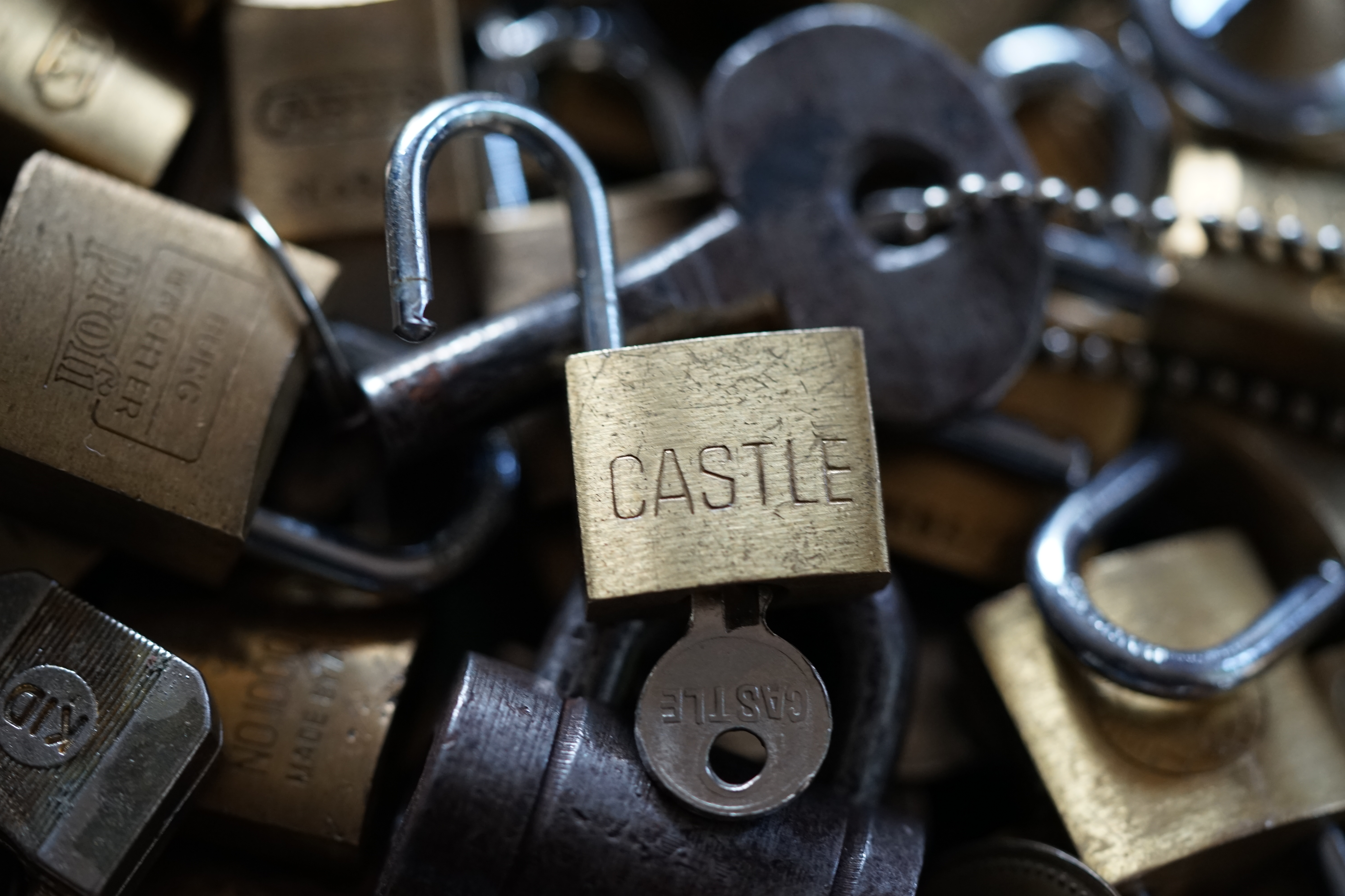 Ersatzseo Bild Friseur Flickr: Bühl, Arthur, Jahrgang 1961, Made in Germany, Detektiv or Private Investigator how Mr. Smitz from the PLAYBOY, Beverly Hills, say`s: Yes Mr. Smitz i will send you the Photo Arthurmeister`s F1 Jacket for your Leporello US. to your E - Mail Mr.Smitz@Mr.Smitz.us. Ok, Mr. Smitz. Mr. Smitz do you know what Google Earth is ? Take BÜHL Arthur, only by Google Earth, you know ? have done it ? Yes Google will show you my Panel superfast. Cool, Arthurmeister, cool. Yes Mr. Smitz, this can i do for you too ! Yes with SEO. Yes with Ballon D`Or from Lockpicking. Yes, yes, i have Arkadasch erklärt, sein Erikli pasta is not so genial. Der beste Zwetschgenkuchen, you know, plum tart, is from the Stadt Bühl. Not laughing in the USA. Bühl is a City like my Name. And the People in this City called it: Zwetschgendatschi ! you know. This is the world best plumcake. Yes Datschi ! Yes, Stadt Bühl is near Baden - Baden, the Casino, you know ! Yes. Baden-Württemberg. Black Forest, you know ! You must know there is since 1927 the traditionell Zwetschgenfest. And there ist the Zwetschgenkönigin ! Mr. Smitz, my Ur Ur Ur Ur Grandfather is born in Bühl. My Great Grand Grand Mother where also born in the town Bühl. Their profession was Zwetschgenpicker. Not Lockpicker, Zwetschgen / Plum Picker. And Rüttler. Oh, really ! Yes, Yes. And since this time the name of the family Bühl from the Stadt Bühl is: Yes you know - Buehl. Yes i will give Greetings from you to Mrs. Friede Springer from the Newspaper BILD et. Yes, the Elbphilharmonie is in Betrieb. OH, Mr. Smitz, greeting´s to you from Joe Asbbery, NBA, you know, our bouncing Joe. Tomorrow we will meet us in the Hasenstübchen, our Rabbit Hall. For Lockpicking und Beer. Call you. Parole Emil ! Not E-Mail. Provided by www.Arthur-Bühl.de and www.Arthurmeister.de In der Vitrine von Arthur Andreas Bühl, Arthurmeister sind Schlösser, Padlocks, von ABUS, Master, BKS, CES, DOM, EVVA, Assa Abloy, Z Ikon, Kaba, Keso, ASSA, Winkhaus, Wilka, Trelock, Schmelting, Bode Panzer, Ancor Las, Drumm Geminy, Xylock, SEA, Medeco, Mul-T-Lock, Cut away, ABUS Granit, Pfaffenhain, E*S, ESS, Nemef, BAB, Babelsberg, Stasi, Diskus, WMF, Tesa, Vachette, Cisa, Wally, Rielda, Mottura, Viro, FAI, GeGe, Fichet, Bode Panzer, Tresor, Bramah, Protector, Braun`s Patent, Walomatus, Arolds, Combination Lock, Yale, Master, American Lock, Tubular, China, Indien, Aligarh, Nepal, Thailand, Zahlenschlösser, Himmelsschlüssel und noch vieles mehr, vorhanden. Alle Schliesszylinder sind Übungsmaterial für das Lockpicking. Schlagschlüssel sind auch dabei. Das Wappen Bühl ist angebracht. Die Fahne hängt im Hasenstübchen. Arthurmeister`s Jukebox by YouTube spielt Pointer Sisters: Slow Hand, Arthurmeister with the Mastertouch ! ♥ SEO für heute: Parole Emil ! Bühl Art. Arthur A. Bühl. Der Sympathieträger ist in Stuttgart, Baden - Württemberg geboren. Der Detektiv lebt in HAM. H1 Text der SEO schreibt: 𝔄𝔯𝔱𝔥𝔲𝔯 𝔅ü𝔥𝔩, 𝔄𝔯𝔱𝔥𝔲𝔯𝔪𝔢𝔦𝔰𝔱𝔢𝔯 ® Bühl, Arthur, Jahrgang 1961, Made in Germany, Detektiv or Private Investigator how Mr. Smitz from the PLAYBOY, Beverly Hills, say`s. Yes Mr. Smitz i will send you the Photo Arthurmeister`s F 1, Jacket for your LeporelloUS. to your E - Mail Mr.Smitz@Mr.Smitz.us. Ok, Mr. Smitz. Mr. Smitz do you know what Google Earth is ? Take BÜHL Arthur, only by Google Earth, you know ? have done it ? Yes Google will show you my Panel superfast. Cool, Arthurmeister, cool. Yes Mr. Smitz, this can i do for you too ! Yes with SEO. Yes, yes, i have Arkadasch erklärt, sein Erikli pasta is not so genial. Der beste Zwetschgenkuchen, you know plum tart, is from the Stadt Bühl. Not laughing in the USA. Bühl is a City like my Name. And the People in this City called it: Zwetschgendatschi ! you know. This is the world best plumcake. Yes Datschi. Yes, Stadt Bühl is near Baden - Baden, the Casino, you know ! Yes. Baden-Württemberg. You must know there is since 1927 the traditionell Zwetschgenfest. And there ist the Zwetschgenkönigin ! Mr. Smitz, my Ur Ur Ur Ur Grandfather is born in Bühl. My Great Grand Grand Mother where also born in the town Bühl. Their profession was Zwetschgenpicker. Not Lockpicker, Zwetschgen / Plum Picker. And Rüttler. Oh, really ! Yes, Yes. And since this time the name of the family Bühl from the Stadt Bühl is: Yes you know - Buehl. Yes i will give Greetings from you to Mrs. Friede Springer from the Newspaper BILD et. Yes, the Elbphilharmonie is in Betrieb. OH, Mr. Smitz, greeting´s to you from Joe Asbbery, NBA, you know. Tomorrow we will meet us in the Hasenstübchen, our Rabbit Hall. For Lockpicking und Beer. Call you. Parole Emil ! H1 Text der SEO schreibt weiter: 𝔄𝔯𝔱𝔥𝔲𝔯 𝔅ü𝔥𝔩, 𝔄𝔯𝔱𝔥𝔲𝔯𝔪𝔢𝔦𝔰𝔱𝔢𝔯® Herr Arthur Bühl, kritischer Detektiv aus der Hansestadt Hamburg, bereitet sich auf ein Interview mit der BILD et vor. Bei Babsi und Gina in Fuhlsbüttel wird ihm zuvor der Vokuhila geschnitten. Herr Arthur Bühl wurde schon in der BILD et als " Herr der Schlösser " beschrieben. " Ein bisschen Ruhe bitte " schreibt Jan Freitag von der TAZ. Er erwähnt auch eine Mustertür by Wendt. Es wird darin herumgeprökelt. Selbst Arthur Bühl, der weltbeste aus dem Lockpicker Mekka Hamburg, betreibt pures Understatement, weil er sein Schloss in nur 20 Sekunden " geknackt " hat. Charles Graeber von der Wired.com beschreibt in seinem Artikel Master Lock - Pickers do bottle Arthur Bühl " The Master of the Universe ", Arthur Bühl a private Detective of Germany open locks. Bühl`s Fabio - the - Barbarian Look stands out. He wins the Dutch Open and is now Master of the Universe. The people cry: " Arthurmeister ! booms Arthurmeister ". Mark Webber Tobias, the Author of Locks, Safes, and Security, a Police Reverence, say: Arthurmeister, that ist beautyful. " Open ! " sagt Arthurmeister ", offen ist gut, schneller offen ist besser ". " Beer !" Arthurmeister booms back and a new Champion is born. Die Welt berichtet: " Die Kunst, Schlösser ohne Schlüssel zu öffnen ". Vereinsmitbegründer und Vizepräsident Arthur Bühl trägt seine Leidenschaft schon auf der Krawatte. Sie ist rot mit gelben Schlüsseln drauf. Intern wird er ehrfürchtig " Meister Arthur " gerufen. Er hat es zum siebenfachen Deutschen Meister in verschiedenen Disziplinen geschafft. Er pickt seit der Kindheit. Sein erstes Trainingsobjekt war sein Spardosenschloss - Ein klassischer Einstieg… . Die Slate berichtet über Arthur Bühl als Lockpicking Legend. Es gibt einen Artikel Tool for Picking and Decoding by Stasi, CCC, Vortrag Berlin. Amateur Hour berichtet: Arthurmeister has " The Master Touch ". Bei den Kaba Day `s im Europa Park Rust schreibt die Pressebox: auf großes Interesse der Teilnehmer stieß auch die praktische Vorführung von Steffen Wernéry und Arthur Bühl, die gängige mechanische Schließzylinder ohne Schlüssel zerstörungsfrei öffnen. Meist in Sekundenschnelle. Auch die Chemnitzer Zeitung " Freie Presse " hat über das Lockpicking und Arthur Andreas Bühl alias Arthurmeister berichtet. Dwight Perry schreibt: Arthur Bühl has good hands ! In der Philalocksmith wird Arthur Bühl auch als Lockpicking Legend betitelt. Es gibt auch einen Beitrag, 360 Meridianos. In der Datenschleuder, CCC, wurde über ihn als Sympathieträger berichtet. Veröffentlicht unter dem verifizierten Linkedin Profil Arthur Bühl, Arthurmeister®, Xing, Google Panel, Twitter X. In der Vitrine von Arthur Andreas Bühl, Arthurmeister® sind Schlösser, Padlocks, von ABUS, BKS, CES, DOM, EVVA, Assa Abloy, Z Ikon, Kaba, Keso, ASSA, Winkhaus, Wilka, Trelock, Schmelting, Bode Panzer, Ancor Las, Drumm Geminy, Xylock, SEA, Medeco, Mul-T-Lock, Cut away, ABUS Granit, Pfaffenhain, E*S, ESS, Nemef, BAB, Babelsberg, Stasi, Diskus, WMF, Tesa, Noch, Vachette, Cisa, Wally, Rielda, Mottura, Viro, FAI, GeGe, Fichet, Bode Panzer, Tresor, Bramah, Protector, Braun`s Patent, Walomatus, Arolds, Combination Lock, Yale, Master, American Lock, Tubular, China, Indien, Aligarh, Nepal, Thailand, Zahlenschlösser, Himmelsschlüssel und noch vieles mehr, vorhanden. Alle Schliesszylinder sind Übungsmaterial für das Lockpicking. Schlagschlüssel und so vieles mehr, sind auch dabei. Auch der Sputnik. Verschlagwortet mit: ♥ Vokuhila, Friseur ♥ Schwäbischer Hengst, Zwetschgen Heini, Bühl er, Zwetschge, Google Earth, Mittelpunkt der Welt, Martinameisterin, Cartomanze, Scholischek, " HIGH NOON ! ". ♥ Parole Emil ! SEO NEU Twitter X 11.06.24 Bilder Budeg ( Bold serif ) Arthur Andreas Bühl, Detektiv, made in Germany, born 1961 in Stuttgart, Baden - Württemberg, living in HAM, Im Dienste der Wahrheitsfindung unterwegs, betreibt in seiner Freizeit Lockpicking aus Leidenschaft. Der mehrfache Deutsche Meister wird in der WIRED als " Master of the Universe " betitelt. In der BILD et ist der Artikel " Herr der Schlösser " abgedruckt. Im Hasenstübchen - Fuhlsbüttel, am Hasenberge, Santa Fu, wird gefeiert. Arthurmeister® stellt seinen Leporello " Der Aufmacher " vor. Der Stammtisch grölt " OFFEN ". Scholischek, Rudi, Heike I, Noagerlzutzler, Arthur und Joe Asberry, der alte NBA ler, prosten sich zu. Arthurmeister`s Jukebox auf YouTube spielt Pointer Sisters - Slow Hand ! ♥ Beim Tanzen ruft die Cartomanze " Ey du Sympthieträger ♥, komm mal her " ! SEO für heute: DETEKTIV, Arthur Bühl, Lockpicker, Deutscher Meister, pickt ABUS Padlock. 𝐀𝐫𝐭𝐡𝐮𝐫 𝐀. 𝐁ü𝐡𝐥, 𝐃𝐞𝐭𝐞𝐤𝐭𝐢𝐯, 𝐦𝐚𝐝𝐞 𝐢𝐧 𝐆𝐞𝐫𝐦𝐚𝐧𝐲, 𝐛𝐨𝐫𝐧 𝟏𝟗𝟔𝟏 𝐢𝐧 𝐒𝐭𝐮𝐭𝐭𝐠𝐚𝐫𝐭, 𝐁𝐚𝐝𝐞𝐧 - 𝐖ü𝐫𝐭𝐭𝐞𝐦𝐛𝐞𝐫𝐠, 𝐥𝐢𝐯𝐢𝐧𝐠 𝐢𝐧 𝐇𝐀𝐌, 𝐈𝐦 𝐃𝐢𝐞𝐧𝐬𝐭𝐞 𝐝𝐞𝐫 𝐖𝐚𝐡𝐫𝐡𝐞𝐢𝐭𝐬𝐟𝐢𝐧𝐝𝐮𝐧𝐠 𝐮𝐧𝐭𝐞𝐫𝐰𝐞𝐠𝐬, 𝐛𝐞𝐭𝐫𝐞𝐢𝐛𝐭 𝐢𝐧 𝐬𝐞𝐢𝐧𝐞𝐫 𝐅𝐫𝐞𝐢𝐳𝐞𝐢𝐭 𝐋𝐨𝐜𝐤𝐩𝐢𝐜𝐤𝐢𝐧𝐠 𝐚𝐮𝐬 𝐋𝐞𝐢𝐝𝐞𝐧𝐬𝐜𝐡𝐚𝐟𝐭. 𝐃𝐞𝐫 𝐦𝐞𝐡𝐫𝐟𝐚𝐜𝐡𝐞 𝐃𝐞𝐮𝐭𝐬𝐜𝐡𝐞 𝐌𝐞𝐢𝐬𝐭𝐞𝐫 𝐰𝐢𝐫𝐝 𝐢𝐧 𝐝𝐞𝐫 𝐖𝐈𝐑𝐄𝐃 𝐚𝐥𝐬 " 𝐌𝐚𝐬𝐭𝐞𝐫 𝐨𝐟 𝐭𝐡𝐞 𝐔𝐧𝐢𝐯𝐞𝐫𝐬𝐞 " 𝐛𝐞𝐭𝐢𝐭𝐞𝐥𝐭. 𝐈𝐧 𝐝𝐞𝐫 𝐁𝐈𝐋𝐃 𝐞𝐭 𝐢𝐬𝐭 𝐝𝐞𝐫 𝐀𝐫𝐭𝐢𝐤𝐞𝐥 " 𝐇𝐞𝐫𝐫 𝐝𝐞𝐫 𝐒𝐜𝐡𝐥ö𝐬𝐬𝐞𝐫 " 𝐚𝐛𝐠𝐞𝐝𝐫𝐮𝐜𝐤𝐭. 𝐈𝐦 𝐇𝐚𝐬𝐞𝐧𝐬𝐭ü𝐛𝐜𝐡𝐞𝐧 - 𝐅𝐮𝐡𝐥𝐬𝐛ü𝐭𝐭𝐞𝐥, 𝐚𝐦 𝐇𝐚𝐬𝐞𝐧𝐛𝐞𝐫𝐠𝐞, 𝐒𝐚𝐧𝐭𝐚 𝐅𝐮, 𝐰𝐢𝐫𝐝 𝐠𝐞𝐟𝐞𝐢𝐞𝐫𝐭. 𝐀𝐫𝐭𝐡𝐮𝐫𝐦𝐞𝐢𝐬𝐭𝐞𝐫® 𝐬𝐭𝐞𝐥𝐥𝐭 𝐬𝐞𝐢𝐧𝐞𝐧 𝐋𝐞𝐩𝐨𝐫𝐞𝐥𝐥𝐨 " 𝐃𝐞𝐫 𝐀𝐮𝐟𝐦𝐚𝐜𝐡𝐞𝐫 " 𝐯𝐨𝐫. 𝐃𝐞𝐫 𝐒𝐭𝐚𝐦𝐦𝐭𝐢𝐬𝐜𝐡 𝐠𝐫ö𝐥𝐭 " 𝐎𝐅𝐅𝐄𝐍 ". 𝐒𝐜𝐡𝐨𝐥𝐢𝐬𝐜𝐡𝐞𝐤, 𝐑𝐮𝐝𝐢, 𝐇𝐞𝐢𝐤𝐞 𝐈, 𝐍𝐨𝐚𝐠𝐞𝐫𝐥𝐳𝐮𝐭𝐳𝐥𝐞𝐫, 𝐀𝐫𝐭𝐡𝐮𝐫 𝐮𝐧𝐝 𝐉𝐨𝐞 𝐀𝐬𝐛𝐞𝐫𝐫𝐲, 𝐝𝐞𝐫 𝐚𝐥𝐭𝐞 𝐍𝐁𝐀 𝐥𝐞𝐫, 𝐩𝐫𝐨𝐬𝐭𝐞𝐧 𝐬𝐢𝐜𝐡 𝐳𝐮. 𝐀𝐫𝐭𝐡𝐮𝐫𝐦𝐞𝐢𝐬𝐭𝐞𝐫`𝐬 𝐉𝐮𝐤𝐞𝐛𝐨𝐱 𝐚𝐮𝐟 𝐘𝐨𝐮𝐓𝐮𝐛𝐞 𝐬𝐩𝐢𝐞𝐥𝐭 𝐏𝐨𝐢𝐧𝐭𝐞𝐫 𝐒𝐢𝐬𝐭𝐞𝐫𝐬 - 𝐒𝐥𝐨𝐰 𝐇𝐚𝐧𝐝 ! ♥ 𝐁𝐞𝐢𝐦 𝐓𝐚𝐧𝐳𝐞𝐧 𝐫𝐮𝐟𝐭 𝐝𝐢𝐞 𝐂𝐚𝐫𝐭𝐨𝐦𝐚𝐧𝐳𝐞 " 𝐄𝐲 𝐝𝐮 𝐒𝐲𝐦𝐩𝐭𝐡𝐢𝐞𝐭𝐫ä𝐠𝐞𝐫 ♥, 𝐤𝐨𝐦𝐦 𝐦𝐚𝐥 𝐡𝐞𝐫 " ! 𝐒𝐄𝐎 𝐟ü𝐫 𝐡𝐞𝐮𝐭𝐞: 𝐃𝐄𝐓𝐄𝐊𝐓𝐈𝐕, 𝐀𝐫𝐭𝐡𝐮𝐫 𝐁ü𝐡𝐥, 𝐋𝐨𝐜𝐤𝐩𝐢𝐜𝐤𝐞𝐫, 𝐃𝐞𝐮𝐭𝐬𝐜𝐡𝐞𝐫 𝐌𝐞𝐢𝐬𝐭𝐞𝐫, 𝐩𝐢𝐜𝐤𝐭 𝐀𝐁𝐔𝐒 𝐏𝐚𝐝𝐥𝐨𝐜𝐤. 𝗩𝗲𝗿𝘇𝘄𝗲𝘁𝘀𝗰𝗵𝗴𝗲𝘁 𝗺𝗶𝘁: 𝔄𝔯𝔱𝔥𝔲𝔯 𝔅ü𝔥𝔩, 𝗔𝗿𝘁𝗵𝘂𝗿𝗺𝗲𝗶𝘀𝘁𝗲𝗿, 𝗥𝗮𝘂𝗰𝗵𝗲𝗿, 𝗥𝗼𝘁𝗵 - 𝗛ä𝗻𝗱𝗹𝗲, 𝗦𝘁𝗮𝗱𝘁 𝗟𝗮𝗵𝗿, 𝗕ü𝗵𝗹, 𝗦𝗰𝗵𝘄𝗮𝗿𝘇𝘄𝗮𝗹𝗱, 𝗕𝗹𝗮𝗰𝗸𝗳𝗼𝗿𝗲𝘀𝘁, 𝗥𝗼𝘁𝗸ä𝗽𝗽𝗰𝗵𝗲𝗻 𝘆𝗼𝘂 𝗸𝗻𝗼𝘄 𝗠𝗿. 𝗦𝗺𝗶𝘁𝘇, 𝗦𝗼𝗿𝘁𝗲 𝗦𝗰𝗵𝘄ä𝗯𝗶𝘀𝗰𝗵𝗲𝗿𝗵𝗲𝗻𝗴𝘀𝘁.𝗱𝗲 𝗶𝘀 𝗴𝗿𝗼ß𝗳𝗿𝘂𝗰𝗵𝘁𝗶𝗴 𝘂𝗻𝗱 𝘀ü𝘀𝘀. ♥ 𝗡𝗼, 𝗼𝗻𝗹𝘆 𝘄𝗼𝗺𝗮𝗻 𝗵𝗮𝘀 𝗣𝗳𝗹𝗮𝘂𝗺𝗲𝗻 ♥ 𝗞𝗹𝗲𝗶𝗻𝘁𝗶𝗲𝗿𝘇ü𝗰𝗵𝘁𝗲𝗿𝘃𝗲𝗿𝗲𝗶𝗻. 𝗗𝗶𝗲 𝗘 - 𝗠𝗮𝗶𝗹 𝗹𝗮𝘂𝘁𝗲𝘁: 𝗔𝗿𝘁𝗵𝘂𝗿𝗺𝗲𝗶𝘀𝘁𝗲𝗿@𝗔𝗿𝘁𝗵𝘂𝗿𝗺𝗲𝗶𝘀𝘁𝗲𝗿.𝗱𝗲 𝗗𝗶𝗲 𝗘 - 𝗠𝗮𝗶𝗹 𝗹𝗮𝘂𝘁𝗲𝘁: 𝗔𝗿𝘁𝗵𝘂𝗿𝗔𝗻𝗱𝗿𝗲𝗮𝘀𝗕𝘂𝗲𝗵𝗹@𝗔𝗿𝘁𝗵𝘂𝗿𝗔𝗻𝗱𝗿𝗲𝗮𝘀𝗕𝘂𝗲𝗵𝗹.𝗱𝗲 KI-Worldwide.de Osintgeister SEO-Geister Double Brain KI by Arthur A. BÜHL SEO neu Linkedin Arthur A. Bühl, Made in Germany, born 1961 in Stuttgart, arbeitet seit 40 Jahren als Privatdetektiv und lebt in Hamburg. Er ist als Detektiv Mitglied in nationalen und internationalen Berufsverbänden. Unter dem Künstlernamen " Arthurmeister " erklärt Arthur Bühl Lockpicking; das zerstörungsfreie öffnen von Schlössern und Schließzylindern. Der Ehrenkodex lautet: Öffne nur deine eigenen Schlösser. Fremde Schlösser dürfen nur mit Einwilligung des Eigentümers geöffnet werden. Herr Bühl wurde schon als Schlossknacker bezeichnet. Dies ist natürlich Quatsch, denn wenn man z.B. ein Vorhangschloss knackt, so ist es kaputt und die Wettbewerber und Lockpickerkollegen können nicht mehr daran üben. Knacker benutzen einen Kuhfuß. Der mehrfache Deutsche Meister dagegen ein Pickset und es gilt: " Offen ist gut, schneller Offen ist besser ". Von der Zeitschrift " Wired " wurde Arthurmeister als Master of the Universe, betitelt. Viel Spaß und Erfolg beim Üben. SEO für heute: Parole Emil ! Arthur Bühl, Sympathieträger.com, Präsident Pornomeister SARL. Die Anschrift lautet: Arthur A. Bühl, Postfach 605 145, 22 246 Hamburg. SEO NEU geändert Arthur Bühl, Arthur Andreas Bühl, Made in Germany, born 1961 in Stuttgart, arbeitet seit 40 Jahren als Privatdetektiv und lebt in Hamburg. Er ist als Detektiv Mitglied in nationalen und internationalen Berufsverbänden. Unter dem Künstlernamen " Arthurmeister " erklärt Arthur Bühl Lockpicking; das zerstörungsfreie öffnen von Schlössern und Schließzylindern. Der Ehrenkodex lautet: Öffne nur deine eigenen Schlösser. Fremde Schlösser dürfen nur mit Einwilligung des Eigentümers geöffnet werden. Herr Bühl wurde schon als Schlossknacker bezeichnet. Dies ist natürlich Quatsch, denn wenn man oder Frau z.B. ein Vorhangschloss knackt, so ist es kaputt und die Wettbewerber und Lockpickerkollegen können nicht mehr daran üben. Knacker benutzen einen Kuhfuß. Der mehrfache Deutsche Meister dagegen ein Pickset und es gilt: " Offen ist gut, schneller Offen ist besser ". Viel Spaß und Erfolg beim Üben. Von der Zeitschrift " WIRED " wurde Arthurmeister als Master of the Universe, betitelt. SEO für heute: Parole Emil ! Arthur Bühl, Sympathieträger.com, Präsident Pornomeister SARL. Die Anschrift lautet: Arthur A. Bühl, Postfach 605 145, 22 246 Hamburg. SEO Mr. Smitz Hilfe für Leporello.us 𝔄𝔯𝔱𝔥𝔲𝔯 𝔅ü𝔥𝔩, 𝔄𝔯𝔱𝔥𝔲𝔯𝔪𝔢𝔦𝔰𝔱𝔢𝔯® HELLO Mr. Smitz, yes i am fine and the Stammtisch and the Counter is also fine too ! Der Nachläufer schreit vom Tresen: wieder der Ami oder watt ? WHAT Mr. Smitz you are not in good condition`s. Oh, Mr. Smith i`am sorry about this. What, your Leporello.us System is not running ? Yes, yes, OH, yes, Good, yes, yes the Spaghetticodler. Yes, i know. Computer, yes i know. Our Spaghetticodler, der amiga pc sit on the Counter and drink Helbing. Arthurmeister`Jukebox by You Tube im Hasenstübchen plays: Let`get it on, do you know Marvin Gay ? Oh, Arkadasch drinking today no Helbing ? No, he drinks GabiKo. Arthurmeister ? what ist GabiKo, i never hear from this. This is ganz billiger Korn, you Know. Like you Whisky ! No, Zwetschgenwater is more, more, better ! Heike IV cries from the counter: Alimente, not Alimentari, Giovanni. You know. The Scholischek is dancing. Yes, Yes, Mr. Smitz. Why Scholischek and Arkadasch dancing ? They hear from the old Rock-Ola Cem Karaca & die Kanaken. Mein " Deutscher Freund ", you know Mr. Smitz. Yes i will give them some Helbing. No, no, Mr. Smitz, for your Problem with the Spaghetti Codler you take my E - Mail Binärbomber@Binärbomber.de. The Jukebox play now Joy Flemming. Half-Breed. No, no Mr. Smitz, you are dumm. The Seo for this week is: Arthur Bühl, Made in Germany, born 1961, Detektiv aus Leidenschaft, die Leiden schaft. You get it ? Know i mußt helping on the Stammtisch for Lockpicking, a fucking ABUS Padlock. Tschüssing ! I say Ende for Telefon speaking und touch nothing that you can not pay ! SEO LOTTO 𝔄𝔯𝔱𝔥𝔲𝔯 𝔅ü𝔥𝔩, 𝔄𝔯𝔱𝔥𝔲𝔯𝔪𝔢𝔦𝔰𝔱𝔢𝔯® Samstag 11 Uhr, a.m, " HIGH NOON ". Arthurmeister und die Cartomanze sitzen am Stammtisch im Hasenstübchen, Fuhlsbüttel. Aus der Jukebox by You Tube, der alten Rock-Ola schallt von Element of Crime: Das Hasenstübchern ist der " Mittekpunkt der Welt ". Die zwanzig Mittrinker am Counter schallen mit: Im Lotto spielst du immer nur; die Zahlen zwischen fünf und zehn; und als Zusatzzahl dein Lebensalter; denn als Lottospieler sagst du; darf man höchstens 49 Jahre alt sein; später wäre es schade um das Geld ! Wo DEINE Füße stehen ist der " MITTELPUNKT DER WELT ". Driver Dieter fährt mit Scholischek und Arkadasch zur Annahmestelle ! SEO LOTTO II 𝔄𝔯𝔱𝔥𝔲𝔯 𝔅ü𝔥𝔩, 𝔄𝔯𝔱𝔥𝔲𝔯𝔪𝔢𝔦𝔰𝔱𝔢𝔯® Samstag 11 Uhr, a.m. " HIGH NOON ". Arthurmeister und die Cartomanze sitzen am Stammtisch im Hasenstübchen, Hamburg - Fuhlsbüttel. Aus Arthurmeister`s Jukebox by You Tube, der alten Rock -Ola schallt von Element of Crime: Das Hasenstübchen ist der " Mittelpunkt der Welt ". Die zwanzig Trinker am Counter schallen mit: " Im Lotto spielst du immer nur die Zahlen zwischen fünf und zehn, und als Zusatzzahl dein Lebensalter, denn als Lottospieler darf man höchstens 49 Jahre alt sein, später wäre es schade um das Geld ! Wo unsere Füße stehen, ist der Mittelpunkt der Welt ! Arkadasch und Scholischek fahren mit Driver Dieter zum Lottogeschäft ! Verschlagwortet mit: Arthur Bühl, Arthurmeister®. Die SEO - Geister.de rufen: Buhl er Zwetschge, International Lockpicking, Google Earth, Earth Song, Schwäbischer Hengst und Sympathietraeger ! Verzwetschget mit: Arthur A. Bühl, Lockpicking, Deutscher Meister, Made in Germany, born 1961, in Stuttgart, Baden - Württemberg, is picking ABUS - Padlock, am Stammtisch ♥. Arthur Buehl, Arthurmeister raucht Roth - Händle Cigaretten aus der Stadt Lahr - Bühl, Schwarzwald, Black Forest. Die Damen trinken Rotkäppchen. Stößchen ! Mr. Smitz from Beverly Hills is calling. Arthurmeister speek to Mr. Smitz from the Playboy: Sorte Schwäbischer - Hengst.de is großfruchtig und süss ♥. No, only woman has Pflaumen. Yes, I will send greetings to your friend Friede Springer from the BILD et News, Hamburg. SEO für heute: Hasenstübchen, S - Bahn, Ohlsdorf, Am Hasenberge, Stanta Fu, Friedhof ! Vokuhila ♥ Zwetschgen - Heini, Parole Emil ! SEO Bühl Zwetschge ♥ 𝔄𝔯𝔱𝔥𝔲𝔯 𝔅ü𝔥𝔩, 𝔄𝔯𝔱𝔥𝔲𝔯𝔪𝔢𝔦𝔰𝔱𝔢𝔯® Bühl, besser bekannt als Arthurmeister, Made in Germany, Jahrgang 1961, geboren in Stuttgart, aufgewachsen in Asperg und in der Villa Heinrich Franck Söhne, am Bahnhof in Ludwigsburg, jetzt wohnhaft in 22335 Hamburg - Fuhlsbüttel, sagt zu Arkadasch: Nein ! Bühler Zwetschgen schmecken besser als dein Erik oder plum ! Zwetschgendatschi heißt das Zauberwort ! ♥ und Zwetschgenwater, not Raki. 𝗩𝗲𝗿𝘇𝘄𝗲𝘁𝘀𝗰𝗵𝗴𝗲𝘁 𝗺𝗶𝘁: 𝔄𝔯𝔱𝔥𝔲𝔯 𝔅ü𝔥𝔩, 𝗔𝗿𝘁𝗵𝘂𝗿𝗺𝗲𝗶𝘀𝘁𝗲𝗿, 𝗥𝗮𝘂𝗰𝗵𝗲𝗿, 𝗥𝗼𝘁𝗵 - 𝗛ä𝗻𝗱𝗹𝗲, 𝗦𝘁𝗮𝗱𝘁 𝗟𝗮𝗵𝗿 - 𝗕ü𝗵𝗹, 𝗦𝗰𝗵𝘄𝗮𝗿𝘇𝘄𝗮𝗹𝗱, 𝗕𝗹𝗮𝗰𝗸𝗳𝗼𝗿𝗲𝘀𝘁, 𝗥𝗼𝘁𝗸ä𝗽𝗽𝗰𝗵𝗲𝗻 𝘆𝗼𝘂 𝗸𝗻𝗼𝘄 𝗠𝗿. 𝗦𝗺𝗶𝘁𝘇, 𝗦𝗼𝗿𝘁𝗲 𝗦𝗰𝗵𝘄ä𝗯𝗶𝘀𝗰𝗵𝗲𝗿𝗵𝗲𝗻𝗴𝘀𝘁.𝗱𝗲 𝗶𝘀 𝗴𝗿𝗼ß𝗳𝗿𝘂𝗰𝗵𝘁𝗶𝗴 𝘂𝗻𝗱 𝘀ü𝘀𝘀. ♥ 𝗡𝗼, 𝗼𝗻𝗹𝘆 𝘄𝗼𝗺𝗮𝗻 𝗵𝗮𝘀 𝗣𝗳𝗹𝗮𝘂𝗺𝗲𝗻 ♥ 𝗞𝗹𝗲𝗶𝗻𝘁𝗶𝗲𝗿𝘇ü𝗰𝗵𝘁𝗲𝗿𝘃𝗲𝗿𝗲𝗶𝗻. 𝗗𝗶𝗲 𝗘 - 𝗠𝗮𝗶𝗹 𝗹𝗮𝘂𝘁𝗲𝘁: 𝗔𝗿𝘁𝗵𝘂𝗿𝗺𝗲𝗶𝘀𝘁𝗲𝗿@𝗔𝗿𝘁𝗵𝘂𝗿𝗺𝗲𝗶𝘀𝘁𝗲𝗿.𝗱𝗲 𝗗𝗶𝗲 𝗘 - 𝗠𝗮𝗶𝗹 𝗹𝗮𝘂𝘁𝗲𝘁: 𝗔𝗿𝘁𝗵𝘂𝗿𝗔𝗻𝗱𝗿𝗲𝗮𝘀𝗕𝘂𝗲𝗵𝗹@𝗔𝗿𝘁𝗵𝘂𝗿𝗔𝗻𝗱𝗿𝗲𝗮𝘀𝗕𝘂𝗲𝗵𝗹.𝗱𝗲 Verschlagwortet mit Bühl er Zwetschge, Zwetschgenhengst, Pflaume, plum, Erikli, prugna torta, Datschi, süss. ♥ Zwetschgen Heini SEO DER AUFMACHER Zwetschge lang Bühl, Arthur, Jahrgang 1961, Made in Germany, Detektiv or Private Investigator how Mr. Smitz from the PLAYBOY, Beverly Hills, say`s. Yes Mr. Smitz i will send you the Photo Arthurmeister`s F 1, Jacket for your LeporelloUS. to your E - Mail Mr.Smitz@Mr.Smitz.us. Ok, Mr. Smitz. Mr. Smitz do you know what Google Earth is ? Take BÜHL Arthur, only by Google Earth, you know ? have done it ? Yes Google will show you my Panel superfast. Cool, Arthurmeister, cool. Yes Mr. Smitz, this can i do for you too ! Yes with SEO. Yes, yes, i have Arkadasch erklärt, sein Erikli pasta is not so genial. Der beste Zwetschgenkuchen, you know plum tart, is from the Stadt Bühl. Not laughing in the USA. Bühl is a City like my Name. And the People in this City called it: Zwetschgendatschi ! you know. This is the world best plumcake. Yes Datschi. Yes, Stadt Bühl is near Baden - Baden, the Casino, you know ! Yes. Baden-Württemberg. You must know there is since 1927 the traditionell Zwetschgenfest. And there ist the Zwetschgenkönigin ! Mr. Smitz, my Ur Ur Ur Ur Grandfather is born in Bühl. My Great Grand Grand Mother where also born in the town Bühl. Their profession was Zwetschgenpicker. Not Lockpicker, Zwetschgen / Plum Picker. And Rüttler. Oh, really ! Yes, Yes. And since this time the name of the family Bühl from the Stadt Bühl is: Yes you know - Buehl. Yes i will give Greetings from you to Mrs. Friede Springer from the Newspaper BILD et. Yes, the Elbphilharmonie is in Betrieb. OH, Mr. Smitz, greeting´s to you from Joe Asbbery, NBA, you know. Tomorrow we will meet us in the Hasenstübchen, our Rabbit Hall. For Lockpicking und Beer. Call you. Parole Emil ! SEO Friseur 𝔄𝔯𝔱𝔥𝔲𝔯 𝔅ü𝔥𝔩, 𝔄𝔯𝔱𝔥𝔲𝔯𝔪𝔢𝔦𝔰𝔱𝔢𝔯® Herr Arthur Bühl, kritischer Privatdetektiv aus der Hansestadt Hamburg, bereitet sich auf ein Interview mit der BILD et vor. Bei Babsi und Gina in Fuhlsbüttel wird ihm zuvor der Vokuhila geschnitten. Herr Arthur Bühl wurde schon in der BILD et als " Herr der Schlösser " beschrieben. " Ein bisschen Ruhe bitte " schreibt Jan Freitag von der TAZ. Er erwähnt auch eine Mustertür by Wendt. Es wird darin herumgeprökelt. Selbst Arthur Bühl, der weltbeste aus dem Lockpicker Mekka Hamburg, betreibt pures Understatement, weil er sein Schloss in nur 20 Sekunden " geknackt " hat. Charles Graeber von der Wired.com beschreibt in seinem Artikel Master Lock - Pickers do bottle Arthur Bühl " The Master of the Universe ", Arthur Bühl a private Detective of Germany open locks. Bühl`s Fabio - the - Barbarian Look stands out. He wins the Dutch Open and is now Master of the Universe. The people cry: " Arthurmeister ! booms Arthurmeister ". Mark Webber Tobias, the Author of Locks, Safes, and Security, a Police Reverence, say: Arthurmeister, that ist beautyful. " Open ! " sagt Arthurmeister ", offen ist gut, schneller offen ist besser ". " Beer !" Arthurmeister booms back and a new Champion is born. Die Welt berichtet: " Die Kunst, Schlösser ohne Schlüssel zu öffnen ". Vereinsmitbegründer und Vizepräsident Arthur Bühl trägt seine Leidenschaft schon auf der Krawatte. Sie ist rot mit gelben Schlüsseln drauf. Intern wird er ehrfürchtig " Meister Arthur " gerufen. Er hat es zum siebenfachen Deutschen Meister in verschiedenen Disziplinen geschafft. Er pickt seit der Kindheit. Sein erstes Trainingsobjekt war sein Spardosenschloss - Ein klassischer Einstieg… . Die Slate berichtet über Arthur Bühl als Lockpicking Legend. Es gibt einen Artikel Tool for Picking and Decoding by Stasi, CCC, Vortrag Berlin. Amateur Hour berichtet: Arthurmeister has " The Master Touch ". Bei den Kaba Day `s im Europa Park Rust schreibt die Pressebox: auf großes Interesse der Teilnehmer stieß auch die praktische Vorführung von Steffen Wernéry und Arthur Bühl, die gängige mechanische Schließzylinder ohne Schlüssel zerstörungsfrei öffnen. Meist in Sekundenschnelle. Auch die Chemnitzer Zeitung " Freie Presse " hat über das Lockpicking und Arthur Andreas Bühl alias Arthurmeister berichtet. Dwight Perry schreibt: Arthur Bühl has good hands ! In der Philalocksmith wird Arthur Bühl auch als Lockpicking Legend betitelt. Es gibt auch einen Beitrag, 360 Meridianos. In der Datenschleuder, CCC, wurde über ihn als Sympathieträger berichtet. Veröffentlicht unter Linkedin, Xing, Google Panel, Twitter X. In der Vitrine von Arthur Andreas Bühl, Arthurmeister® sind Schlösser, Padlocks, von ABUS, BKS, CES, DOM, EVVA, Assa Abloy, Z Ikon, Kaba, Keso, ASSA, Winkhaus, Wilka, Trelock, Schmelting, Bode Panzer, Ancor Las, Drumm Geminy, Xylock, SEA, Medeco, Mul-T-Lock, Cut away, ABUS Granit, Pfaffenhain, E*S, ESS, Nemef, BAB, Babelsberg, Stasi, Diskus, WMF, Tesa, Noch, Vachette, Cisa, Wally, Rielda, Mottura, Viro, FAI, GeGe, Fichet, Bode Panzer, Tresor, Bramah, Protector, Braun`s Patent, Walomatus, Arolds, Combination Lock, Yale, Master, American Lock, Tubular, China, Indien, Aligarh, Nepal, Thailand, Zahlenschlösser, Himmelsschlüssel und noch vieles mehr, vorhanden. Alle Schliesszylinder sind Übungsmaterial für das Lockpicking. Schlagschlüssel und so vieles mehr, sind auch dabei. Auch der Sputnik. Verschlagwortet mit: ♥ Vokuhila, Friseur ♥ Schwäbischer Hengst, Zwetschgen Heini, Bühl er, Zwetschge, Google Earth, Mittelpunkt der Welt, Martinameisterin, Cartomanze, Scholischek, " HIGH NOON ! ". ♥ Parole Emil ! SEO Mr. Smitz und Jukebox, Grafik Banner erstes Sign, ist dann bei allen anderen auch so. Änderungen können gemacht werden. ♥ 𝔄𝔯𝔱𝔥𝔲𝔯 𝔅ü𝔥𝔩, 𝔄𝔯𝔱𝔥𝔲𝔯𝔪𝔢𝔦𝔰𝔱𝔢𝔯® Arthur Andreas Bühl, Made in Germany, born 1961, ist mehrfacher Deutscher Meister im Lockpicking. In dem Magazin WIRED wird er als " Master of the Universe " betitelt. Im Hasenstübchen stellt er seinen Leporello " Der Aufmacher ", vor und telefoniert mit Mr. Smitz, Beverly Hills from the News Paper PLAYBOY, USA. No, Mr. Smitz, the E - Mail is not Parole Emil, the E - Mail is called: PAROLE E-Mail.com. Mr. Smitz is laughing ! Take the romantic move. Yes, Mr. Smitz, with every beat of your heart. You know Engelbert ? Mr. Humperdinck ! This is the favorite song from Friede Springer from the BILD et, You know ? Arthurmeister`s Jukebox, YouTube, spielt Pointer Sisters: Slow Hand. Der Noagerlzutzler, der Scholischek und Raucher am Stammtisch können keine Padlocks öffnen. Deshalb müssen diese Spitzbuben an den Tresen. Die Glocke wird geläutet. Arthurmeister brüllt " OFFEN " ! Die Jukebox spielt jetzt Ina Müller - Dörp Reggae. Arthurmeister und Joe Asberry, der alte Basketballer von der NBA, stoßen miteinander an. Stößchen ! Stößchen schreit Martinameisterin. Santa Maria ! Tante Martina ! Mittlerweile spielt in der Jukebox Engelbert: A man without love. Die Stimmung steigt. Die KI in der Jukebox, der Rock - Ola, spielt nacheinander: Joy Flemming, Ata Canani, Deutsche Freunde, natürlich auch Cem Karaca und die Kanaken, Mein deutscher Freund, Alle Menschen dieser Erde. Nina Hagen spielt African Reggae, UB 40 - spielt Kingston Town. Jan Delay ist mit Irgendwie, Irgendwo, Irgendwann, Live und die BeeGees mit How deep is your love, dabei. Eddy Holman, Hey there lonely girl, bei Pink Floyd und bei den The Doors, Riders on the Storm tanzen die Gäste. Heike I drückt Harold Melvin & the Blue Notes This love I lost. T.S.O.P. The Sound Of Philadelphia und Hildegard Knef mit - Der alte Wolf, bringen die Menge zum kochen. Pelle dröhnt: Marmor Stein und Eisen bricht. Die Affen rasen durch den Wald. Die Five Tops: Warte auf das Glück, Kenny Rogers - You decorated my life, Reinhard Fendrich - Strada del sole, Sammy Davis jr. mit Mr. Bojangles live in Germany und Teddy Pendergrass - Turn off the lights sowie Julio Iglesias mit Diana Ross - All of you, bringt die Meute weiter zum toben. Die Polizei drückt Empire of the Sun - We are the people. Helen Ready singt Angie Baby. Bei Element of Crime steigert sich die Ekstase vom Mittelpunkt der Welt über die Straßenbahn des Todes zu Am Ende denk ich immer nur an Dich. Die Love Story - Andy Williams, ABBA mit Hasta Manana, runden die Sache ab. Hannenberger schmeißt bei Roger Whittaker - Abschied ist ein scharfes Schwert, alle RAUS ! Morgen ist 11 Uhr High NOON ! Dänen lügen nicht. ♥ SEO F1 Rudi: ♥ 𝔄𝔯𝔱𝔥𝔲𝔯 𝔅ü𝔥𝔩, 𝔄𝔯𝔱𝔥𝔲𝔯𝔪𝔢𝔦𝔰𝔱𝔢𝔯® Arthur Andreas Bühl, Detektiv und Sympathieträger ♥, Made in Germany, Jahrgang 1961 aus Baden - Württemberg stellt seinen Leporello " Der Aufmacher " vor. Arthurmeister`s Jukebox im Hasenstübchen by YouTube, spielt Pointer Sisters: Slow Hand ! Am Tresen wird Helbing gekippt. Die Lockpicker am Stammtisch trinken nach jeder Öffnung ein Pils, manche auch Weizenbier ! Der Scholischeck nörgelt, weil er kein Padlock öffnen kann ! Ferrari Rudi brüllt: Martina die F1 Saison beginnt. Wir fliegen zum Hockenheimring ! Der Hannenberger sagt: Ich will auch mit ! Martina schreit: Minardi, wir gewinnen nie. Minardiiii, wir gewinnen niiiie. Und der Alex Young darf auch nicht mit. Can not drive ! Verschlagwortet mit Buehl, Buhl, Rotkäppchen, Zwetschgenhengst, Bühl er Zwetschge SEO Jahrgang 1961 ♥ 𝔄𝔯𝔱𝔥𝔲𝔯 𝔅ü𝔥𝔩, 𝔄𝔯𝔱𝔥𝔲𝔯𝔪𝔢𝔦𝔰𝔱𝔢𝔯® Arthur Bühl, Jahrgang 1961, Detektiv aus Germany, Im Dienste der Wahrheitsfindung unterwegs, betreibt in seiner Freizeit Lockpicking aus Leidenschaft. Der mehrfache Deutsche Meister wird in der WIRED als " Master of the Universe " betitelt. In der BILD et ist der Artikel " Herr der Schlösser " abgedruckt. Im Hasenstübchen - Fuhlsbüttel, am Hasenberge, Santa Fu, wird gefeiert. Arthurmeister® stellt seinen Leporello " Der Aufmacher " vor. Der Stammtisch grölt " OFFEN ". Scholischek, Rudi, Heike I, Noagerlzutzler, Arthur und Joe Asberry, der alte NBA ler, prosten sich zu. Arthurmeister`s Jukebox auf YouTube spielt Pointer Sisters - Slow Hand ! ♥ Beim Tanzen ruft die Cartomanze " Ey du Sympthieträger ♥, komm mal her " ! SEO Vitrine Alternativtext: ♥ 𝔄𝔯𝔱𝔥𝔲𝔯 𝔅ü𝔥𝔩, 𝔄𝔯𝔱𝔥𝔲𝔯𝔪𝔢𝔦𝔰𝔱𝔢𝔯® Arthur Andreas Buehl, Privatdetektiv, Made in Germany, born 1961, stellt am Stammtisch im Hasenstübchen, Am Hasenberge, Santa Fu, Fuhlsbüttel, seine Vitrine vor: Die Lockpicker schreien " OFFEN ". Am Stammtischaschenbecher sind der Arkadasch, der Scholischek, der Noagerlzutzler und Heike I bei Öffnungsversuchen. Anfänger zur Schulung halt. In Arthurmeister`s Jukebox by YouTube spielt: Pointer Sisters: Slow Hand. Pelle tippt wie immer Marmor, Stein und Eisen bricht in die Rock-Ola. Heute hat aber Asberry dankenderweise den Drafi Deutscher getillt ! Now is only time for the Soul Train and T.S.O.P. ABUS, Assa Abloy, Basi, BKS, CES, Dom, Corbin, Cut away, Winkhaus, Wilka, Pfaffenhain, BAB, Babelsberg, Stasi, Xylock, Abus Granit, Viro, FAI, Mottura, WMF, Rielda, Noch, Drumm Geminy, Bode Panzer, Tresor, Garny, Keller, Schladitz, Trelock, Vachette, Fichet, Sergent & Greenleaf, Yale, Tresor, Hahn, Handschellen, Abloy, Kaba, Keso, Kaba Day, ISEO, Burg Wächter, Medeco, Mul-T-Lock. Lockpicking by Arthurmeister ®, Schlossherz ®, Lockpickerherz ®, Pornomeister ® SEO ab 21 ♥ 𝔄𝔯𝔱𝔥𝔲𝔯 𝔅ü𝔥𝔩, 𝔄𝔯𝔱𝔥𝔲𝔯𝔪𝔢𝔦𝔰𝔱𝔢𝔯® Arthur Andreas Buehl, Made in Germany, born 1961 in Stuttgart. International Airport, Jugendschutz, ab 21, Oktagon, grün weiss, ges. gesch. Arthurmeister®, Lockpicking. Im Hasenstübchen in Fuhlsbüttel wird in Arthurmeister`s Jukebox auf YouTube Slow Hand gespielt ! Der Stammtisch grölt. Die Lockpicker schreien: OFFEN ! Verschlagwortet mit Bühl, Buhl, Zwetschgenhengst, Bühl er Zwetschge, Rotkäppchen SEO DER AUFMACHER Zwetschge Text lang Mr. Smitz I ♥ 𝔄𝔯𝔱𝔥𝔲𝔯 𝔅ü𝔥𝔩, 𝔄𝔯𝔱𝔥𝔲𝔯𝔪𝔢𝔦𝔰𝔱𝔢𝔯® Bühl, Arthur, Jahrgang 1961, Made in Germany, Detektiv or Private Investigator how Mr. Smitz from the PLAYBOY, Beverly Hills, say`s. Yes Mr. Smitz i will send you the Photo Arthurmeister`s F1, Jacket for your LeporelloUS. to your E - Mail Mr.Smitz@Mr.Smitz.us. Ok, Mr. Smitz. Mr. Smitz do you know what Google Earth is ? Take BÜHL Arthur, only by Google Earth, you know ? have done it ? Yes Google will show you my Panel superfast. Cool, Arthurmeister, cool. Yes Mr. Smitz, this can i do for you too ! Yes with SEO. Yes, yes, i have Arkadasch erklärt, sein Erikli pasta is not so genial. Der beste Zwetschgenkuchen, you know plum tart, is from the Stadt Bühl. Not laughing in the USA. Bühl is a City like my Name. And the People in this City called it: Zwetschgendatschi ! you know. This is the world best plumcake. Yes Datschi ! Yes, Stadt Bühl is near Baden - Baden, the Casino, you know ! Yes. Baden-Württemberg. You must know there is since 1927 the traditionell Zwetschgenfest. And there ist the Zwetschgenkönigin ! Mr. Smitz, my Ur Ur Ur Ur Grandfather is born in Bühl. My Great Grand Grand Mother where also born in the town Bühl. Their profession was Zwetschgenpicker. Not Lockpicker, Zwetschgen / Plum Picker. And Rüttler. Oh, really ! Yes, Yes. And since this time the name of the family Bühl from the Stadt Bühl is: Yes you know - Buehl. Yes i will give Greetings from you to Mrs. Friede Springer from the Newspaper BILD et. Yes, the Elbphilharmonie is in Betrieb. OH, Mr. Smitz, greeting´s to you from Joe Asbbery, NBA, you know. Tomorrow we will meet us in the Hasenstübchen, our Rabbit Hall. For Lockpicking und Beer. Call you. Parole Emil ! Not E-Mail. Provided by www.Arthur-Bühl.de and www.Arthurmeister.de SEO Zwetschge Mr. Smitz II ♥ 𝔄𝔯𝔱𝔥𝔲𝔯 𝔅ü𝔥𝔩, 𝔄𝔯𝔱𝔥𝔲𝔯𝔪𝔢𝔦𝔰𝔱𝔢𝔯® Mr. Smitz from Beverly Hills, USA, from the Playboy ring`s Arthur Bühl, Arthurmeister. Arthur is in the Hasenstübchen. Arthurmeister`s Jukebox play`s: You decoratet my Life. Mr. Smitz, I am not a Zwetschgenheini. You are a Maneater, an old Pflaumenfresser and a Pflaumenkernbeisser ! No, I am auch not Mr. Pflaumen Bühl ! Drink your Whisky slowly. In Germany is 11 a.m. " High Noon " and not Bunter Nachmittag. Yes, I am the Platzhirsch in our Rabbit, Bunny House. The Rock - Ola play`s: I can´t tell you why. Pinofrank trinkt Vino. Scholischek ruft: Sag dem alten Ami die Zeit von Andretti ist abgelaufen. Und eine von Scott Speed gibt es nicht. F1 Rudi ruft: Hockenheim is better than Indianapolis ! Radio-Eriwan.de von Mr. Arthur-Buehl@Radio-Eriwan.de, ges.gesch. dröhnt " Im Prinzip ja ", die Bühl er Zwetschgen sind sehr gut und süss. Arkadasch sagt die Erikli pasta von der Oma seiner Grandma ist perfekt. Giovanni palare prugna torta from the Grand Nonna is molto molto bene. No, No, Mr. Smitz, listen: The Mamsell from the Patsch Barracks buy the Zwetschgen from the Oma by the Vaihinger Wochenmarkt. She do the Zwetschgen without your plum Rock on one hundred pices of five Meter long Cake tray. All the GI`s from the Patsch and the Kelly eat this and say: Das schmeckt gut ! Der Scholischek ruft: Bühl, du alter Zwetschgenlutscher, ich fress nur Apfelkuchen. Mr. Smitz, you know Apple Cake ? My Geheimtipp for the Datschi is the Heslacher Waldheim. And i`ll give you another Tipp where i am going: to the " Schellenhof " , you know. This Stübchen work`s " Im Dienste der Gastlichkeit ". Yes, Yes, first Schnitzel und than Obacht; care: Zwetschgenpastete ! You know ! No Mr. Smitz, i am " Im Dienste der Wahrheitsfindung " unterwegs and i drink Kaffee. Mr. Smitz, you are besoffen. Yes, the UHU is also from the Stadt Bühl, Hermannstreet. No, No, you can`t with UHU stick a Pflaume. Du Depp. Uhu is für cheeky Amerikaner`s ! And don`t forget: The Zwetschgen Rock is: Pointer Sisters " Slow Hand ". No Mr. Smitz, this Whisky is not Pflaumenschnaps - this is Zwetschgenwater ! you know ! No, No, not like Helbing. Yes i know Amazon. No, they have no fresch Zwetschen for make Whisky. NO, No, bei Bühl is ab 21 Pflicht duty, You know ! Arthurmeister s Jukebox by You Tube play: The End of the World ! No, Giovanni, this Song ist not from Michael Jackson. It is from Skeeter Davis. Mr. Smitz, now is genug with the Gelaber. Yes I send you via Air Force from the Patsch Zwetschgen. They are called like a Spitz Name, you know Nickname of me: Schwäbischer Hengst ! No, only Woman has Pflaumen. The Rock - Ola play: Julio und Diana. " All of you !" So Mr. Smitz, now is Fofftein. Yes i make greetings for Friede Springer from the BILD et. Yes, Yes ! Arthurmeister`s Jukebox plays Pendergrass: Turn Off the Lights ! Asberry say: Tschüssing ! Vinofrank trinkt jetzt Helbing ! Die Glocke läutet ! Parole Emil, Sorte Schwäbischer Hengst !! Arthur-Buehl@Radio-Erwian.de, www.Radio-Eriwan.de is performed by the Performancekünstler Arthurmeister@Arthurmeister.de for the www.leporello.us, Mr.Smitz@Leporello.us SEO für heute: Arthur Bühl, Arthurmeister® Arthur ♥ Schwäbischer Hengst, Heini, Zwetschgen Hengst, Buhl, Artur, Buehl er, Zwetschge, Made in Germany, Born 1961, Sympathieträger, Google Earth, Mittelpunkt der Welt, Pflaumen, Arkadasch, Datschi, ♥ Martinameisterin, Cartomanze, Scholischek, " HIGH NOON ! ", ♥ ♥ Vokuhila, Friseur ♥ Parole Emil ! SEO Im Dienste der Wahrheitsfindung: ♥ 𝔄𝔯𝔱𝔥𝔲𝔯 𝔅ü𝔥𝔩, 𝔄𝔯𝔱𝔥𝔲𝔯𝔪𝔢𝔦𝔰𝔱𝔢𝔯® Arthur A. Bühl, Jahrgang 1961, wird von den Mitgliedern des BDD, Bundesverband Deutscher Detektive, jetzt BUDEG zur 30 jährigen Mitgliedschaft beglückwünscht und für seine Dienste zur Wahrheitsfindung mit der Verleihung der goldenen Ehrennadel gewürdigt. Die Kollegen haben ihm ebenfalls in der TAZ, FAZ, Welt und Hamburger Abendblatt gratuliert und sogar Anzeigen in der Rubrik Verschiedenes geschaltet. Arthur Bühl ist Inhaber der Marke Arthurmeister®. Veröffentlicht unter Linkedin, Xing, Google Panel, Twitter X. SEO Karussel Individuell: 𝔄𝔯𝔱𝔥𝔲𝔯 𝔅ü𝔥𝔩, 𝔄𝔯𝔱𝔥𝔲𝔯𝔪𝔢𝔦𝔰𝔱𝔢𝔯® Arthur A. Bühl, ist mehrfacher Deutscher Meister im Lockpicking. In dem Magazin WIRED wird er als " Master of Universe " betitelt. Im Hasenstübchen stellt er seinen Leporello " Der Aufmacher ", vor und telefoniert mit Mr. Smitz, Beverly Hills from the News Paper PLAYBOY, USA. Arthurmeister`s Jukebox, YouTube, spielt: Pointer Sisters, Slow Hand. Der Noagerlzutzler und der Scholischek können am Stammtisch keine Padlocks öffnen. Deshalb müssen diese Spitzbuben an den Tresen. Die Glocke wird geläutet. Arthurmeister brüllt " OFFEN " ! and cries BEER ! Die Jukebox spielt jetzt Ina Müller - Dörp Reggae ! Arthurmeister ist Inhaber der Marken Cartomanze®, Martinameisterin®, Pornomeister®, Lockpickerherz®, Schlossherz®, WebTüv® und Legal 1001®. Veröffentlicht unter Linkedin, Xing, Google Panel, Twitter X. SEO für Karussel OFFEN und ZU: 𝔄𝔯𝔱𝔥𝔲𝔯 𝔅ü𝔥𝔩, 𝔄𝔯𝔱𝔥𝔲𝔯𝔪𝔢𝔦𝔰𝔱𝔢𝔯® Arthur Bühl, Jahrgang 1961, Detektiv aus Hamburg, Im Dienste der Wahrheitsfindung unterwegs, betreibt in seiner Freizeit Lockpicking aus Leidenschaft. Der mehrfache Deutsche Meister wird in der WIRED als " Master of Universe " betitelt. In der BILD et ist der Artikel " Herr der Schlösser " abgedruckt. Im Hasenstübchen - Fuhlsbüttel, am Hasenberge, Santa Fu, wird gefeiert. Arthurmeister® stellt seinen Leporello " Der Aufmacher " vor. Der Stammtisch grölt " OFFEN ". Scholischek, Rudi, Heike I, Noagerlzutzler und Arthur prosten sich zu. Die Jukebox auf YouTube spielt Slow Hand ! ♥ Beim Tanzen ruft die Cartomanze " Ey du Sympthieträger, komm mal her " ! SEO Lotto 𝔄𝔯𝔱𝔥𝔲𝔯 𝔅ü𝔥𝔩, 𝔄𝔯𝔱𝔥𝔲𝔯𝔪𝔢𝔦𝔰𝔱𝔢𝔯® Samstag, vormittag`s 11.00 Uhr a.m. " HIGH NOON ". Arthurmeister und die Cartomanze sitzen am Stammtisch im Hasenstübchen, 22335 Hamburg - Fuhlsbüttel. Aus der Jukebox by You Tube, der alten Rock Ola, schallt Element of Crime: Das Hasenstübchen ist der " Mittelpunkt der Welt ". Die zwanzig Trinker am Counter schallen mit: " Im Lotto spielst du immer nur die Zahlen zwischen fünf und zehn, und als Zusatzzahl dein Lebensalter, denn als Lottospieler darf man höchstens 49 Jahre alt sein, später wäre es schade um das Geld. Wo unsere Füße stehen, ist der Mittelpunkt der WELT. Arkadasch und Scholischek fahren mit Driver Dieter zum Lotto Geschäft. Verschlagwortet mit: Bühl er Zwetschge, International Lockpicking, Google Earth, Earth Song, Schwäbischer Hengst !