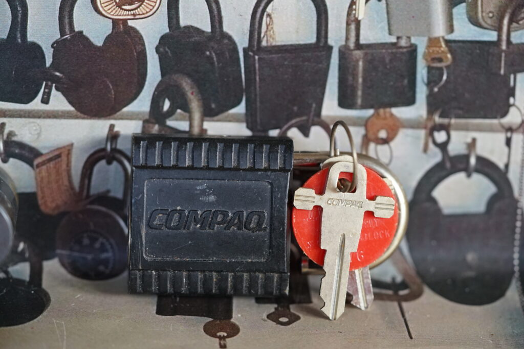 Compaqu Padlock Key Arthur Andreas Bühl Detektiv Privatinvestigator aus Hamburg Germany BUDEG WAD Detektei Auskunftei