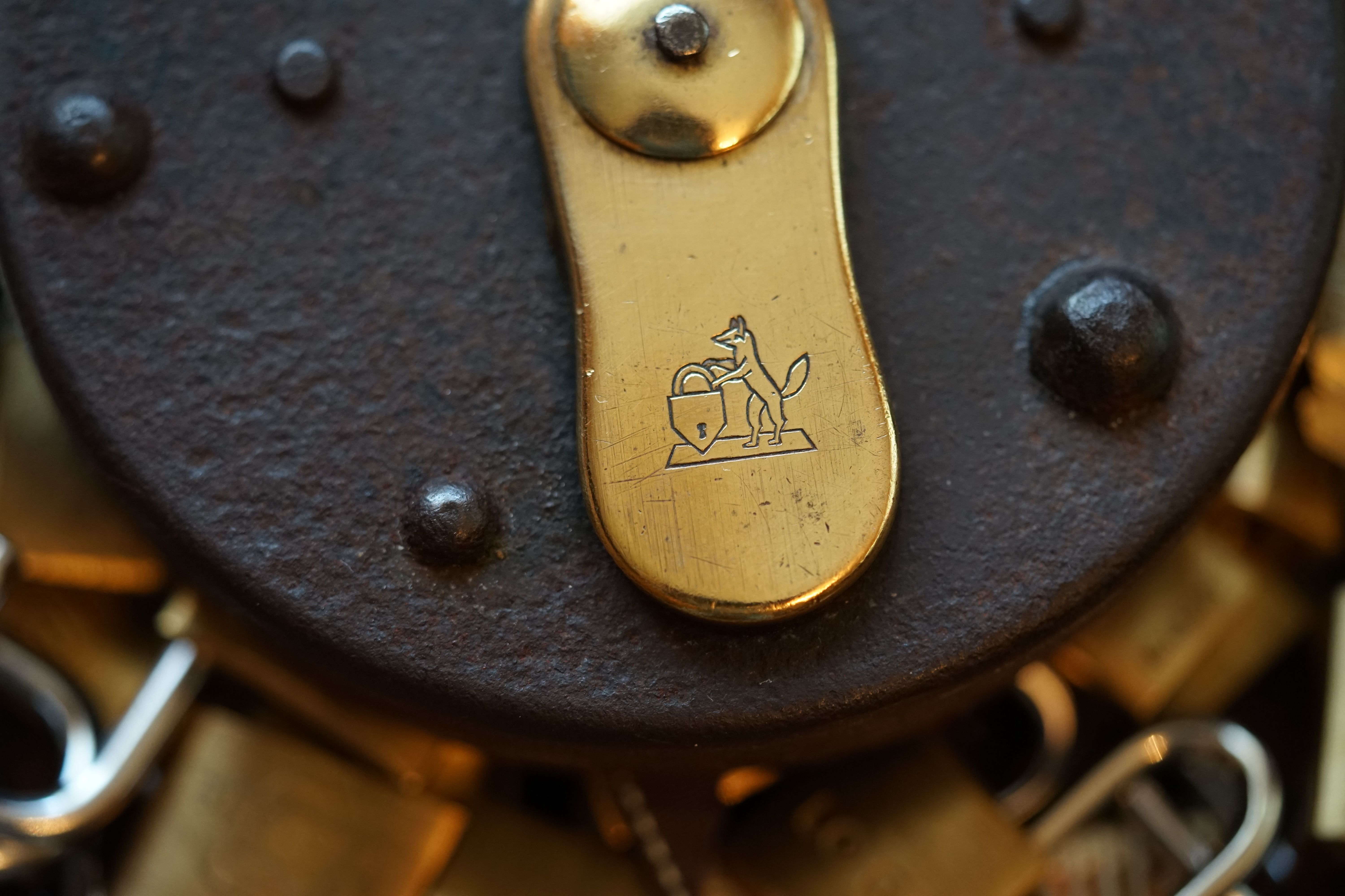 Fandom Wiki Arthur A. Bühl, Detektiv aus Hamburg, Profilbild, Lockpicking, Danke Dr. Ulrich Morgenrot, Velbert, Schlüsselregion, Schlüsselfest in Velbert, Forum Niederberg, Schlossmuseum, Schlüsselfest, Schlossherz, Hans Schell Collection, Martina Pall, Graz, Austria, Park Hotel, Brauhaus, BKS, Heiligenhaus, Wilka Schließtechnik, Silca, IHK, KFV, Errebi, Beschlag, Hersteller, ABUS, Arthur Bühl, Arthurmeister ®, Schlosssammler, Bühl Wappen, Bühl Flagge, Bühl Urkunde Patent, BKS, Arthur Meister, Porno Meister, Wernèry, Profilzylinder, Juke Box Arthurmeister You Tube, Buehl Logo, Cutaway Cilinder, Pfaffenhain, Demonstration Lockpicking, Schliesszylinder, Holland, Toool, Rohlinge zur Impression, zerstörungsfrei ohne Schlüssel, Schlüsseldienst, Soultrain, Philysound, TSOP, Es fährt ein Zug nach nirgendwo ! Arthur Bühl.de, Sicherheit, Performance Künstler. TILT, Flipper, einarmiger Bandit, Bally Wulff, Rotamint, Mad Monkey - Slot Machine, Spielautomat Merkur, Casino, Monte Carlo, Jackpot, Merkur Sonne, Jubilee, ROL-A-TOP, Old slot machine, Love Meter, Jet play, Looping the Loop Fürst, Münzschleuder, Astoria, Orakel Automat, Multi, Super Multi, Booster, Toool Lockpicking, Australia, E - Bay, Mein E - Bay, Uliton, Profilzylinder, ABUS, Bremicker und Söhne, Vorhängeschloss, Vorhängeschlösser, Vorhangschloss, Einbausicherung Korf, Raucher, Jesusmaster, Hasenstübchen, bunter Nachmittag, SEO Geister, Web Tüv, Jägermeister, Bild et Uschi, Doublebrain, Präsident, KI Tüv, Stasi, DDR, Himmelsschlüssel, Urkunde, Katalog Stasi, Signatur Bühl, Token, Amerikaner, fälschungssicher, Sicherheitstechnik, DOM, Muster, Kneipe, Eckkneipe, Gastwirtschaft, Wirtschaft, Portacenere, Musterspuren, Tresor, Jord Knaap, Tresoröffnung zerstörungsfrei, KJS, Schlossherz, Lockpickerherz, Pornomeister, Lockpicking Herz, Notöffnung beim Bunten Nachmittag, Arthur Bühl und die Jukebox im Hasenstübchen, einarmiger Bandit, Merkur, Sonne, Nachtjäger, 08 15, Der Goldene Schuss, Ali Baba und die Wunderschlösser, Wunderino, Padlock Collector, Rotalok, Protector junior, Bühl, Art, Kunst, Künstler, Kataloge, BÜHL, Kunstwerke Deutschland, Kunstprojekt Artothek, Arte, Meisterarte, Artworks, Conny Veit, Zwetschgenstadt Bühl, Tipico Games, Casino, online, Spielothek, Slotmagie, Susi Live, Gutscheincode, Erwin, Freispiele, Novolino, FSK ab 18, Gewinnerlos, 0800 ruf nicht an, Spielautomatenwelt, Rock Ola, Wurlitzer, Seeburg, Bluray, Stingray.