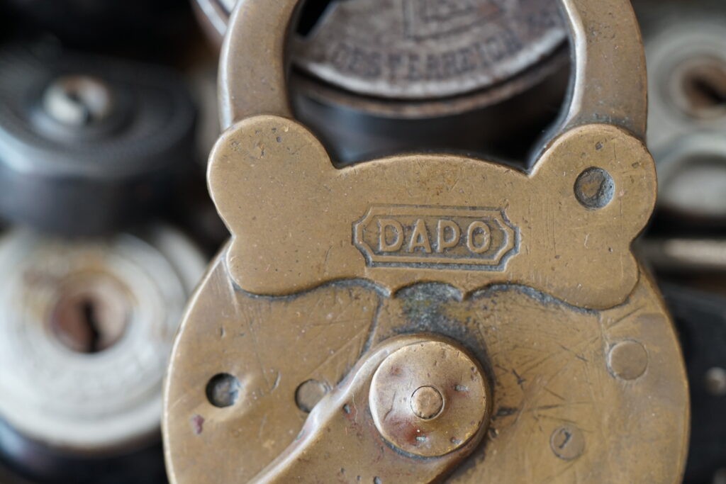 DAPO PADLOCK big Arthurmeisters Jukebox im Hasenstübchen YouTube Slow Hand Master Touch Pointer Sisters