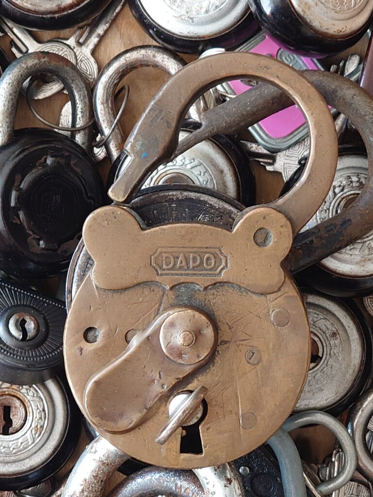DAPO PADLOCK big Arthurmeisters Jukebox im Hasenstübchen YouTube Slow Hand Master Touch Pointer Sisters