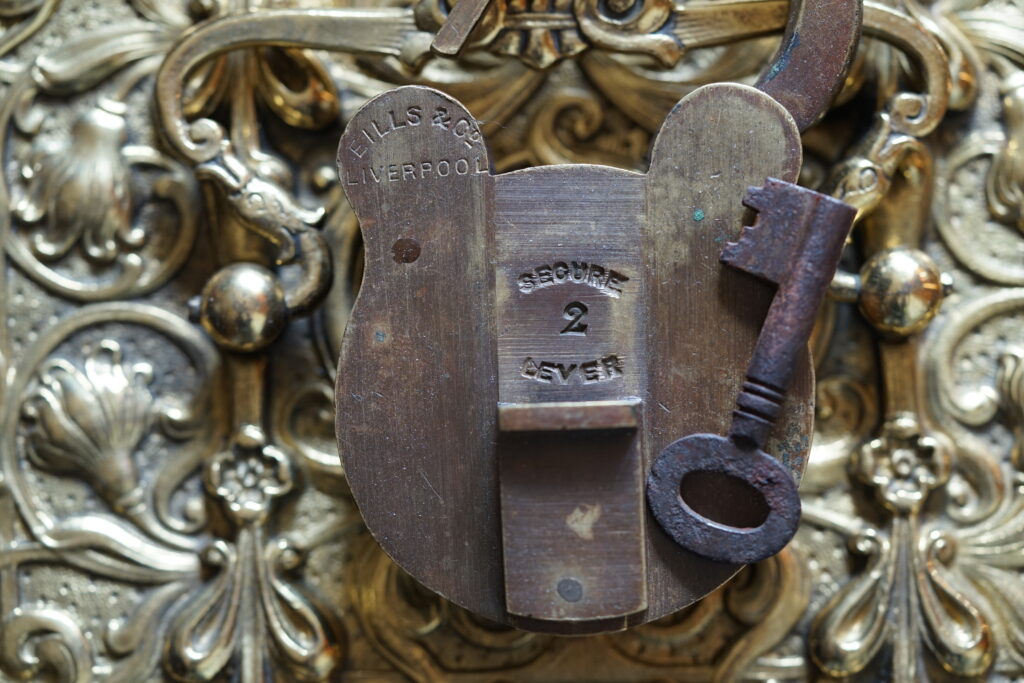 EILLS Padlock Key Collection Arthur Andreas Bühl Hamburg Germany Arthurmeister Schloss Sammler