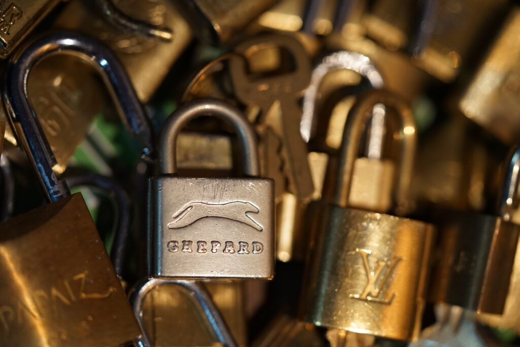 GHEPARD Padlock Louis Vouiton Papaiz Arthurmeisters Jukebox im Hasenstübchen YouTube HAM