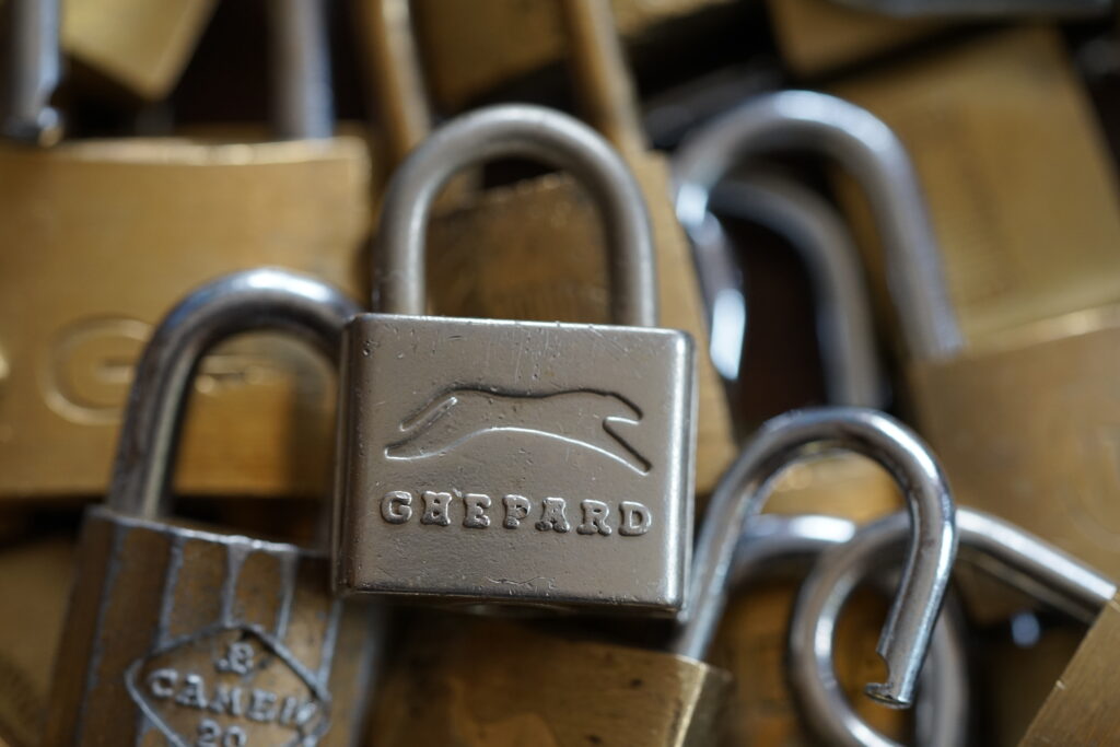 GHEPARD Padlock Louis Vouiton Papaiz Arthurmeisters Jukebox im Hasenstübchen YouTube HAM Slow Hand