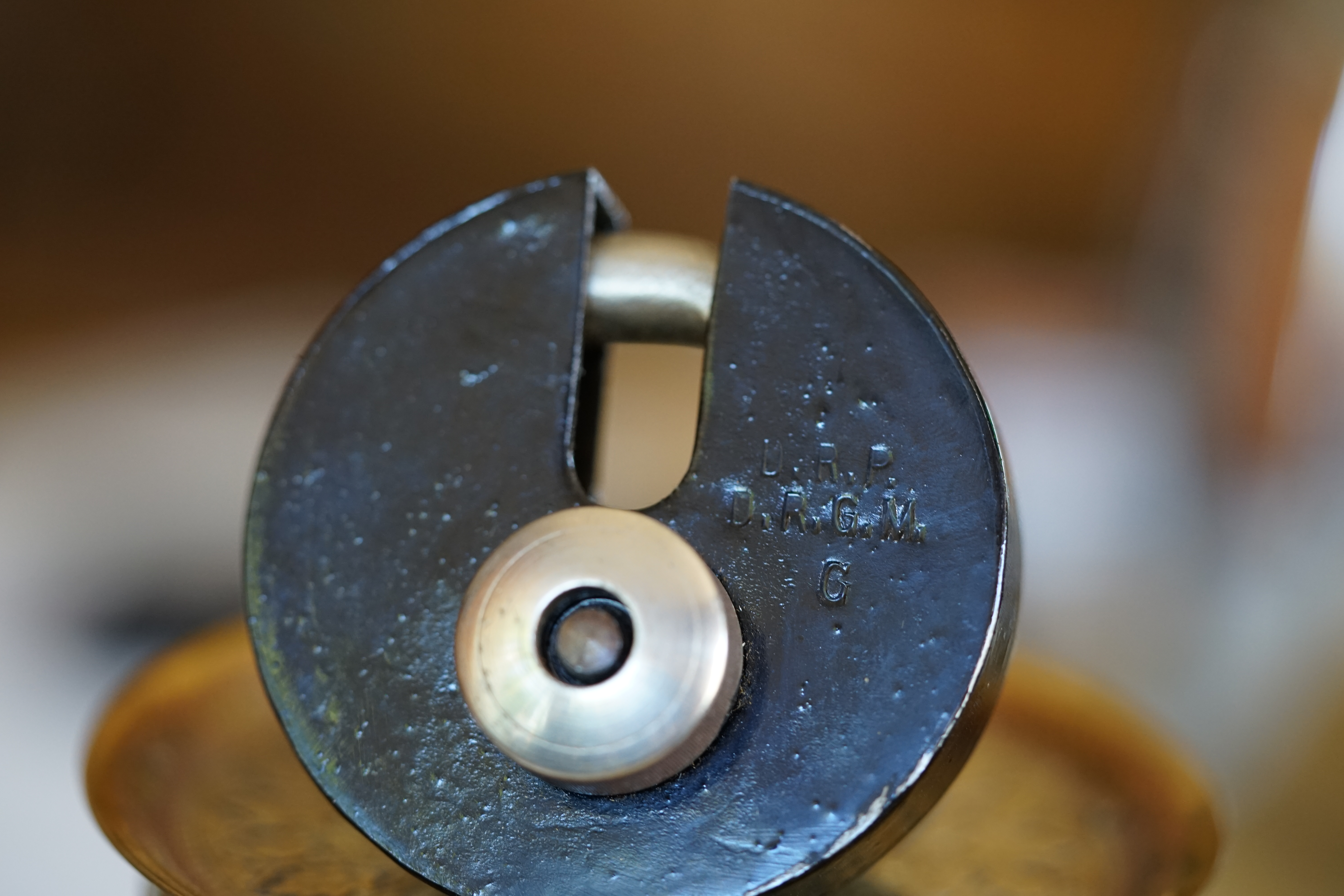 Tagged with: Bühl, Stadt Bühl, Bühler Zwetschge, Bühl Wappen, Bühl Fahne, Bühl Design, Bühl Sign, Bühl Arthur, Zwetschgenhengst, Bühl Zwetschgenfest, Meister Arthur, Meister Porno, Porno Master, Arthur Andreas Bühl, Detektiv, HAM. Bühl. Arthur Andreas Bühl. Hier ist die rasende Uschi von der Bild et und schreibt mit der neuen KI Arthurmeister den neuen SEO Text für 2025. KI-worldwide.de Der Sympathieträger ist in Stuttgart, Baden - Württemberg geboren. Der Detektiv lebt in HAM, ist im Dienste der Wahrheitsfindung unterwegs, BUDEG. H1 Text der SEO schreibt: Hamburger knackte 1000 ( tausend ) Schlösser, Bild Zeitung, Performancekünstler, Xing, Arthurmeister `s Jukebox im Hasenstuebchen, Slow Hand - Pointer Sisters, Joy Flemming. 𝔄𝔯𝔱𝔥𝔲𝔯 𝔅ü𝔥𝔩, 𝔄𝔯𝔱𝔥𝔲𝔯𝔪𝔢𝔦𝔰𝔱𝔢𝔯® VereinsWiki / Fandom, Arthur Bühl. Bühl, Arthur, Jahrgang 1961, Made in Germany, Detektiv or Private Investigator, Performancekünstler und Lockpicker aus Hamburg erzählt in seinem Leporello wahre Geschichten aus dem Hasenstuebchen, Bunny Hall, Stammtisch, Fuhlsbüttel. Kaba Days Im Europapark Rust: Unternehmensschutz im Fokus, dorma kaba, Deutschland, praktische Vorführung von Arthur Buehl, Sportsfreunde. Koksa Vereinsauflösung taz Ein bisschen Ruhe bitte ! Arthur Bühl, der Weltbeste aus Stuttgart mit Wohnsitz im Lockpickermekka Hamburg ist auch Deutscher Meister. slideplayer: but Jesus is the only Masterwho can unlock the human soul. But there is another obvious difference between Arthurmeister and the " Jesusmeister " that connects today´s story to our lives. The tools that Arthur Bühl collected are mostly from the Stasi. Schlossherz, Lockpickerherz, Pornomeister, Bühl Fahne, Bühl Wappen, Bühl Stadt Wappen, UHU, verifiziertes Linkedin Profil Arthur Bühl, Arthurmeister, Präsident, Performance, Bundesverband für Detektive und Ermittler, Budeg. Arthur Andreas Bühl, EverybodyWiki Bios&Wiki, 27.03.61,Stuttgart, auch unter dem Pseudonym Arthurmeister bekannt, ist mehrfacher Deutscher Meister im Lockpicking. Koksa.Org Vereinsauflösung, Arthur Bühl, Arthurmeister, Tagesordnung, Mitgliederversammlung Arthurmeister`s Jukebox im Hasenstübchen by You Tube arthurmeister007, Schloßöffnung. Arthurbuehl@Arthurbuehl, X, Erfreulich ! Schlossindustrie und Elite rücken zusammen ! Verein, Sportsfreunde, Arthur Bühl, Erfahrung. FAZ.net Freizeit: Lockpickern bleibt nichts verschlossen - Doch der Beste der Besten hat alle schon besiegt: Der 42 jährige Kaufmann sitzt in Trachtenkleidung vor einer verrosteten alten Kiste. Preview Jesusmeister Homeleticsonline, At the Dutsch open Lock Picking Championship, Arthur Bühl emerged as the champion. No one picks locks as well as he does. Arthurmeister Phila-Locksmith Arthur Bühl Lock Picking Legend, Mr. Bühl, tool, nl, Sneek. Unter Knackern, jungle.world. Welt.de Die Kunst Sclösser ohne Schlüssel zu öffnen, Vereins-Mitbegründer und Vize Präsident trägt seine Leidenschaft schon auf der Krawatte: Sie ist blau mit gelben Schlüsseln drauf. The Master Touch: Lockpicker in the world Arthur Bühl. He`s this six-seven German private Investigator. He has this. The international Competition Whre Master Lock-Pickers… Arthur Bühl, the Dutsch Open Lock-picking champion. Charles Graeber … Arthurmeister standing above them all, with a beer stein in one hand and a cigarette in …. Wired.com Securitylaboratories.org, Arthur Bühl. Phila-locksmith.com - Arthur Bühl Lock Picking Legend, can see intimidating man. Toool, LockCon. Arthurmeister. Hailing from Hamburg, he is among a legion of German lock picker who have estabished their country as one of the top producers of master lock pickers. Slate.com Lock Picking: a arte de arrombar cadeados - Nascido em Hamburgo, o alemao Arthur Bühl é provavelmente um dos nomes mais conhecidos do submundo do lock picking. Conhecido nesse Círculo… Sportsfreunde Slik hacka vi i Norge pa 90-tallet Arthur Bühl PlusPedia, Arthur Andreas Bühl, Legend taz.de Ein bisschen Ruhe bitte Arthur Bühl, der Weltbeste aus Stuttgart mit Wohnsitz im Lockpickermekka Hamburg .. Telefonbuch, Meisterschaften. Jungle.World - Da hat auch Arthur Bühl, genannt " Arthurmeister ", durchaus Chancen auf weitere Titel für seine große Sammlung. " Scheiße ", brüllt der aus … The Lock Busters, Charles Graeber, Schließzylinder, Lock Picking, metallpinnen. Spiegel, Lockpicker: Die schnellsten Schlossknacker Deutschlands. Arthur Meister Bühl, Arthurmeister, ist amtierender Deutscher Meister der Lockpicker. Sein Hobby: Schlösser öffnen - ohne Schlüssel natürlich. media.ccc.de Schlossöffnung bei der Staatssicherheit der DDR ArthurMeister erläutert das operative Vorgehen und die speziellen Werkzeuge zur Schlossöffnung, die von der Staatssicherheit der DDR ……. Flickr Meister Arthur, Arthurmeister / Oberalster VfW Meisterschaft, Picktools.de FoeBud.org Schloß-Öffnen ArthurMeister aus Hamburg, erläutert, wie die Staatssicherheit…. Vortrag Bielefeld. Schlösser knacken: So einfach geht es!!! Gemäß ArthurMeister legt der Verein großen Wert auf den selbstauferlegten Kodex, der sich so… ZDF Lockpicking Reportage Boston Magazine.com The joy Lock Club The Arthurmeister was one of the top lock pickers in the world, and Towne was just a kid,but to everyone`s surprise - most especially to… Lock Picking 101 toool.us live I did vote arthurmeister when i first saw the site bevor the discussion on it startet but only……. Public Domain 147 Schloß-Öffnen ArthurMeister Bühl aus Hamburg, Gründungsmitglied…. Impressioning games Jos and Arthurmeister Aufsperrstunde ArthurMeister, ein Riesenkerl mit süddeutschem Akzent…. blogs.com Jesus, the Lock-Picker! - HOMELETICS - That might be a bit much, but nonetheless they call him the Arthurmeister! and then ther`s the JesusMaster, or Meister, if you will. if you….. Citywide RFID Master Arthurmeister Dezember / 2012 / SSDev Arthurmeister, Workshop, Barry Wels Herr Bühl sagt Danke ! xn-Arthur-bhl-heb.de Arthur Bühl, Detektiv aus Hamburg, Buehl, Siegel. Lockpickerherz.de Pornomeister.de Schlossherz.de Arthurmeister.de Linkedin Arthur Bühl ( Arthurmeister ) - Präsident - Von rechts nach links, Glück bringt`s. X. Linkedin, Detektiv aus Hamburg Acclaimed Lock Picker Explain the Art of Competive Locksport, Schyler Towne, Youtube, Arthurmeister, Gadget Hack. Key Cutting. Master Lock. Datenschleuder. Boston. Jägermeister. Demonstration not for Sale, Muster ohne Wert. Joe Asberry, Bouncing Joe. Angezettelt vom Fanclub. Radio-Eriwan.de Bildbeschreibung, Modula, SEO. Sympathietraeger. Im Prinzip ja, aber…. der Detektiv sei der Gärtner. Bunny Hall, B - Seite Jukebox. Schwarz, rot, gold. Bild Zeitung: Herr der tausend Schlösser. Zeiträuber. Streng vertraulich ! Fandom ! Boston. ABUS, Lock, security. Schlösser und Tresore von Ed Willis, The National Locksmith® - Guide to Modern Safe Locks by Mark Bates Tobias Locks, Safes and Security Markenanmeldung-Pornomeister-®-Praesident-Arthur-Buehl.jpeg Arthur-Buehl-Germany-Wappen-Arthurmeister007@gmail.com-Detektiv-Babyboomer-Sympathietraeger.png 𝔄𝔯𝔱𝔥𝔲𝔯-𝔅ue𝔥𝔩-Wappen-𝔄𝔯𝔱𝔥𝔲𝔯𝔪𝔢𝔦𝔰𝔱𝔢𝔯-®-Von-rechts-nach-links-Glueck-bringts-♥.gif 𝔄𝔯𝔱𝔥𝔲𝔯-𝔅ue𝔥𝔩-𝔄𝔯𝔱𝔥𝔲𝔯𝔪𝔢𝔦𝔰𝔱𝔢𝔯®-Arthur-Buehl-WebTuev®-ges.-gesch.-Die-E-Mail-lautet-Webtuev@WebTuev.de.png Arthur-A.-Buehl-Detektiv-aus-Hamburg-Arthurmeister®-Vitrine-Cut-Lock-veroeffentlicht-Xing-verifiziertes Linkedin Profil Arthur Bühl, Arthurmeister®-Facebook-Twitter-X.jpg Kaba, Schließzylinder, Zutrittskontrolle, Schlüssel, The Joy Lock Club, Houdini, Keyhole, Schyler, Toool, Lockpicker, Locksport, hulking, Arthurmeister, Linus Yale jr., Convention, Devitent Ollam, Barry Wels, Eddie the wire, Guide to Lockpicking, tools, TSA, approved baggage lock, Pin Tumbler, Medeco, Practical Lockpicking, Jakko Fagerlund, Javadi, open in Thirty Seconds, Sport, Schließkanal, Zylinder läßt sich drehen, Zeitvertreib, Lockcon, Locks, Security, Locksmith, Tool, bump key, Crypto Phone, Arthur Bühl, Charles Graeber, Arthurmeister ! booms Arthurmeister, Champ Julian, Kryptonite, ready to Rock, Lips, Oh, Arthur he sighs, Beer, Rotation, Vereins - Mitbergründer und Vizepräsident Arthur Bühl trägt seine Leidenschaft schon auf der Krawatte, Spardosenschloss, Understatement, Alles eine Frage der Übung, Geselligkeit, Ausdauer, Disziplin, Vertrauen, Ehrgeiz, Entspannung, Sportler, Hacker CCC, Profipickset, knacken, Zigarettenrauch, Unternehmensschutz im Focus, Zutrittskontrolle, Hahn & Kolb, Werkzeuge, Manipulation, Lösungen, Zylinder, Zeitwirtschaft, Presse BOX, Europa - Park, Kaba, Rust, The Joy Lock Club, Schyler Towne, Boston, Magazin, SSD, Arthur Bühl, a private Detektive from Germany, defeatet an all - Star field of Lockpicker´s to capture the aptey, Marc Weber Tobias ! Jesusmeister, Jesusmaster, Performancekünstler Xing, Hamburger Detektiv Arthur Bühl knackte 1000 Schlösser, Bild Zeitung, Steckbrief, wanted, Siegelring, Wappen Stadt Bühl, Bildbezeichnung, Arthurmeister007@gmail.com, Lockpickerherz, Schlossherz, Arthurmeister, Pornomeister, Arthur Bühl sagt: Junge Besen kehren besser, aber wir alten Bürsten kennen jede Ecke - Merzer. Deshalb habe ich keinen Grund ihnen zu glauben = aber sie möchten es so gern ! Bühl Wappen ges.gesch. für Inhaber Arthur A. Bühl: Im Dienste der Wahrheitsfindung. Im Falle eines Falles, klebt UHU aus Bühl wirklich alles und kurze Zeit drauf, ist alles wieder auf ! Arthur Bühl, Detektiv aus Hamburg und Präsident Pornomeister S.A.R.L Stammtisch Parole. Fandom und vendors. Unverkäufliches Musterexemplar. Demonstration and Example not for sale. Tilt 404. Mr. Smitz spricht: Der Weihnachtsmann, der Weihnachtsmann, hat keine Hosen an. Meisterkatze, BUEHL.-Wappen-ges-gesch-Arthur-Andreas-Buehl-DETEKTIV-Germany-HAM-1961-2061-BUEHL.png, Schlossherz-Arthur-Buehl.png, Arthur-Buehl-Detektiv-und-Sympathietraeger-Arthurmeister-®-Von-rechts-nach-links-Glueck-bringts-♥.png, Arthur-Buehl-Ina-Mueller.png, Arthur-Buehl-Detektiv-Hamburg-von-rechts-nach-links-Glueck-bringts-♥.png, Arthur-Buehl-Siegel-Ring-♥-𝔄𝔯𝔱𝔥𝔲𝔯-𝔅ue𝔥𝔩-𝔄𝔯𝔱𝔥𝔲𝔯𝔪𝔢𝔦𝔰𝔱𝔢𝔯®.jpg, LEGO-Billund-𝔄𝔯𝔱𝔥𝔲𝔯-𝔅ue𝔥𝔩-♥-PADLOCK-WIRED-LEGO-Schloss.jpg, Arthur-Buehl-Arthurmeister®-Europa-Open-Kaba-Days-Europapark-Rust.png, Arthurmeister007@gmail.com Arthurmeister-Mastertouch@Arthurmeister-Mastertouch.de Arthurmeister-Slowhand@Arthurmeister-Slowhand.de ArthurBuehl@ArthurBuehl.de Arthurmeister@Arthurmeister.de Pornomeister@Pornomeister.de Schlossherz@Schlossherz.de Lockpickerherz@Lockpickerherz.de Mr.Smitz@Mr.Smitz.us Sympathietraeger@Sympathietraeger.com Arthur-Buehl@Arthur-Buehl.de Unzenziert@Unzenziert.de Hasenstuebchen@Hasenstuebchen.de Cartomanze@Cartomanze.de Martinameisterin@Martinameisterin.de Seogeister@Seogeister.de Seo-Geister@Seo-Geister.de Scholischek@Scholischek.de Web-Tuev@Web-Tuev.de Webseitentuev@Webseitentuev.de Zwetschgenhengst@Zwetschgenhengst.de Tresorherz@Tresorherz.de Legal1001@Legal1001.de Meisterkatze@Meisterkatze.de Endlich-Raucher@Endlich-Raucher.de EndlichRaucher@EndlichRaucher.de DoubleBrain@DoubleBrain.de Rappermeister@Rappermeister.de meisterArte@meisterArte.de Der-Aufmacher@Der-Aufmacher.de The-Opener@The-Opener.de Geiler-Schwanz@Geiler-Schwanz.de GeileVotze@GeileVotze.de ArthurAndreasBuehl@ArthurAndreasBuehl.de Arthur-Andreas-Buehl@Arthur-Andreas-Buehl.de Katzenveit@Katzenveit.de Schlosstaster@Schlosstaster.de Schnellauf@Schnellauf.de Securator@Securator.org Raucherherz@Raucherherz.de Leporello@Leporello.us Frauenwirt@Frauenwirt.de Good Morning, High Noon, guten Tag from Germany, Hamburg, mein Name ist Uschi. Die rasende Reporterin von der Bild et Zeitung. Ich konzipiere und betreue die Webseiten des Herrn Arthur Bühl, alias ARTHURMEISTER, Präsident Pornomeister SARL. Ich bemängele ihre falsche Auswahl zu den Bilder aud dem Laufband Arthurmeister " Arthur-Buehl-Arthurmeister®-Praesident ", dem Foto aus dem Laufband Pornomeister " Arthur-Buehl-Arthurmeister®-Detektiv-und-Sympathietraeger " und dem Foto des Herrn Bühl aus dem Laufband Arthur-Bühl.de " 𝔄𝔯𝔱𝔥𝔲𝔯-𝔅ue𝔥𝔩-𝔄𝔯𝔱𝔥𝔲𝔯𝔪𝔢𝔦𝔰𝔱𝔢𝔯®-Arthurmeister-beim-Friseur-vor-dem-Interview-Die-E-Mail-lautet-Sympathietraeger@Sympathietraeger.com. E-Mail-lautet-Arthurmeister007@gmail.com " Diese Lichtbilder wurden von mir zwar unter der Google Bilder - Gallerei eingepflegt, sind aber seit geraumer Zeit nicht mehr sichtbar. Deshalb habe ich die Bildbeschreibung dahingehend ergänzt, das es sich um eine private Performance Webseite handelt. Meine Anordnung dieser JPG in Ihrer Gallerie ist gewollt. Deshalb machen Sie diese Fotos aus dem Laufband Arthur Bühl und aus den Laufbändern Arthurmeister und Pornomeister wieder sichtbar. Diese Foto`s sind Bestandteil dieser Performance, wie das Grün in Ihrem geschätzten Google Logo, oder das Rot aus Ihrer geschätzten Landesflagge ! Ich würde Ihre Logo`s auch nicht entfernen ! Also: alle Foto`s und JPG `s im Internetz, wieder sichtbar machen ! Ihre Uschi, die rasende Reporterin von der Bild et Zeitung und die Macherin von Radio-Eriwan.de. Ihre Mühe sehe ich als Selbstverständlichkeit ! Gerne Grüße ich vom Stammtisch im Hasenstübchen unserem Bunny Hall. In Arthurmeister`s Jukebox haben wir für das Google - Team den Bringersound " We speak no Americano " gedrückt ! Parole Freibier für Google LLC. And greetings from Mr. Smitz.us ! 𝔄𝔯𝔱𝔥𝔲𝔯 𝔅ü𝔥𝔩, 𝔄𝔯𝔱𝔥𝔲𝔯𝔪𝔢𝔦𝔰𝔱𝔢𝔯 ® Stück Davon schwarze Katze, Zwei Katzenkopf Schlösser Zunft, Schlosser, Zunftabzeichen, Wappen, Geselle, Anstecknadel, Verbandsabzeichen, Stück Davon. Die nicht alltägliche Form eines Truhenschlossen führte dazu, das man die Schlosser im Zunftleben scherzhaft ironisierend Katzenköpfe nannte. Der Spitzname erhielt sich durch die Jahrhunderte. Und der Katzenkopf wurde damit zu einem Symbol. Er erscheint auf der Anstecknadel, die heute der Schlosser als Verbandabzeichen tragen kann. Die auf der Nadel angebrachte Inschrift " Stück Davon " erklärt sich wie folgt: Der wandernde Schlossergeselle sprach bei einem Meister um Arbeit vor. Befragt, ob er das Handwerk verstünde, antwortete er: Stück Davon ! Die zwei Worte wiesen ihn in aller Bescheidenheit als Angehörigen der Zunft aus, der bereit sei noch weiter zu lernen. DoubleBrain ® SEO für heute: Barockschlüssel, Schmiedeeisen, Halme gedreht, Bärte geschnitten, Reiden aufgesetzt, Stahlschnitttechnik, Kapelleneingerichte, Schmiedeeisen, Hohldorn, Gesenk, Pflanzenmotiv, Wappentierschmuck, geschmiedet, gepunzt, Schlüsselgriff beidseitig, halbrelief, Bekrönung auf der einen Seite als männlicher auf der anderen als weiblicher Kopf, Löwenwappen, Delphine, Schwanzflosse, Stilelemente der Reaissance, profilierter Steckhalm, Gesenke und Reide ziseliert, Griffrand, Zwei Schlangen blau angelassen, Eisenblech, Schließblech, Türrahmen, Schlosskasten, Eisenkern, französisch, Zierdecke ausgehauen, eingehauen und getrieben, Rosette, Ringgriff, Rokoko und Schlüssel, eisernes Wiener Barock Hangschloss mit Spreitzfedernverschluss, gefeilt, geschnitten und ziseliert, flacher Steckschlüssel, Eisengrundplatte und zwei Engel mit Trompete, Posaune und Blumengeranke verziert. Figuren, Schmuck, Jagdszene, Empire, Möbelschlösser, Messingzierdecken, Witwerschlüssel, Schlüsselgewalt, Symbol, Sargschlüssel, Silberschlüssel, Hohldorn, Nachbildung, Kammerherrnschlüssel, Bronce, feuervergoldet, Emblem mit Initialien der weltlichen oder kirchlichen Fürsten versehen, die sie verliehen haben. Doppeladler, Reichsapfel, Zepter und Krone, Übergabeschlüssel, magische Stilelemente, östrerreichischer Kammerherrenschlüssel mit Doppeladler, Kordeln und Quasten, Wien, Hoflieferant, Mayestät, päbstlich, ungarisch, bayerisch, in Silber gegossen, Sinsheim, Hohldornschlösser mit Eisenriegeln, Gelenkschlüssel, einfacher Schieberiegel aus Holz, klappbare Doppelschlüssel aus Tirol, Rohrhülse, Bart, Tirol, Kreuz, Herz, Schlüsselgehänge, süddeutsch, Leder, gotisch, Bügel, Tabakspfeifenschlüssel, Schlossergeselle nach bestandener Prüfung, Schlüsselgeschenketui für die Braut: Bund mit fünf Zimmer, Möbel und Kassettenschlüsseln, in der Mitte Haustorschlüssel aus einem Stück geschmiedet, geschnitten und mit Stahlstangen handpoliert auf dem vierseitigen Gesenk in Schreibschrift " Deutsches Empire ", Dreipass, Jugendstil, Doppelrohr, Hauptportal der Jesuitenkirchen Sankt Michael, Der Hammerschlüssel für Weinkeller: der ziselierte aufgesetzte Hammer diente dem Küfner zum abklopfen der Fässer und zum öffnen der Spunde, Enstehungszeit, Hoftheater, bayrisches Nationaltheater in München, Zerstörung, Kunstschlosser, Fritz Nüssel, Heinrich Pankofer, Germany, wissenschaftlich, systematisch, Schlüsselexperte, Sammler, Privatsammlung, Schlüsselzentrale München, Fachmann für Sicherheitsfragen, sachkundig, Experte, versierter Restaurator, historischer Wert, handwerkliches Geschick und seine langjährige Berufserfahrung, Anerkennung, international, Fachmann nicht nur für die Technick von Schlüsseln und Schloss, auch für künstlerische und historische Fragen. Standardwerk Europa, Übersee, offizielle Stellen, Landeskriminalamt, Bundesanwaltschaft, Keltenschlüssel, Vorchristus, Witwenschlüssel, John F. Kennedy, Weisses Haus, Schlossmuseum Velbert, gut verpackt, Pullach, Erfinder und Auror, Leidenschaft, aufschlußreiches Werrk, Memoiren, Töchter, Emmi Seifert, Marlene Nüssel, Frau Anni, Kaminkehrer, Schwanthal, Freund und Helfer der Polizei, mein Leben, Gedichte, Kaffeveranstaltung, Nachbarschaftshilfe, Essen auf Rädern, Schlüsselfigur, tausend Stücke, Keltenzeit, Christus, Kelheim, Exemplare, Ausländische Lehrlinge, Brocken, wiegt fünf Kilo, Schmucksafe, Ludwig XV 1430, Brillianten, Verona, Eisenzeit, Ägypten, Hallstadtzeit, Salzkammergut, Hallstadt Gräberfeld, Epoche, Eisenverhüttung, Salzbergbau, Gerätschaften zu exportieren, geographischer Ort am Nordende des Neuenburger Sees in der Schweiz, Pfalbauten, auf festem Land angelegte Siedlung, europäische Eisenzeit, Kelten Indogermanischen Völkergruppe, Germanen, Rhein, kämperisch, expansionsbereit, Rom, Homer, Dichter, Jugendzeit, halbdunkel, erahnbar, zivisilatorische Dokumente, Dichtung, märchenhaft schöne Gestalt, Götter treten vor uns hin, denen die mittelmerisch kleinasiatische Menschheit Wirkungen und Tätigkeiten zugedacht hat, die diesen Fabelwesen für immer Kontur verliehen haben. So tritt der Schmiedegott Hephaistos lateinisch Vulkanos vor uns hin: Rußig und edel zugleich, genial erfinderisch, ein kunstreicher Handwerkegott. Der zu den 12 Hauptgöttern der griechisch römischen Antike erzählt wird. Jupiter, Himmel, hinabgstürtzt, Entfernung der Erde von den Sternen, Insel Lemlos, Hinkefuss, Gerechtigkeit, alte Fabeln, schöne und liebenswürdige, Eheweib, Museeum of fine Arts in Boston USA, Parmenides Lehrgedicht Balanos, Hammer, Amboss, Feuer, Wasser, glühend, Metall, Hammerschlag, Gußverfahren, gewünschte Form, Holz oder Kohle, warmgeschmiedet, grobkristallin, feinkörnig, Streck und Bruchgrenze, Plinius, samische Künstler, Erzguß, Keltenschlüssel, hochkant durch einen Schlitz in der Tür gesteckt, gedreht, bis er - nun waagrecht - in die Angriffe der im Riegel gelagerten Sperrklötze eingerastet: die Sperrklötze werden angehoben, der Riegel ist entsperrt und lässt sich mit einem ledernen Zugriemen von außen auf und zu ziehen. Griechenland, lakonisch, neues Prinzip, Schlüsselträger, Kaiserzeit, Würde, Statussymbol, Römer, die punische Kriegen das Metallhandelsmonopol an sich gebracht hatten verfügten in reichem Maße über Kupfer, Zink und Zinn. Verschlußriegel, Feder, Lochkanäle, Sperrstifte, entsichert, auf oder zugeschoben, Drehschlüssel, Hangschloss, Spreitzfeder, Kulturlandschaft, Kassetten, Truhen, Türen, Tiermaskendeckel, Pferdegstalt, arabisch, Vexier, indisch, Kugel, Grundform, Volldorn, Technische Feinheit, Eleganz, Zweckgebilde in den Händen von Menschen, die bemüht sind, mit einem rauhen, kriegerischen Leben fertig zu werden, Verteidigung, bedachte Architektur, spürbar, verschlossen, Zierlichkeit, Zeitläufe, Kultur, Willen und Werkstätten in Pompji und Herkulaneum, Wachsmodell Tonmantel gebrannt, schmilzt das Wachs glühend, Nachteil, römisches Imperium, desto länger, primitive Form, Spätantik, Karolingische Kunst, Fräkisches Adelsgeschlecht, Karl der Große, Triebfeder, Höfische und Kirchliche Kreise, Monumental Kunst, Klerikale Kreise, Kulturträger, Elfenbein, Goldschmied, Goldschmiedekunst, geistig - kulturelle Erhellung, Abendland, profunde Bedeutung, Ehefrau, häusliche Gewalt, Vertrauen, Brauch, Kirchweihtag, Steiermark, geweiht, Gnadenschlüssel, Petrus - Schlüssel, Apostel, Pilger, Schenkung, Pabst Pälagius, Gregor, König Alfons von Kastilien, König Alfred, romanischer Stil, schöpferische Kraft, Kunstgewerbe, Klöster, Kostbarkeiten, kunsthandwerklich, Verfeinerung, Raffiniertheit, Formenwelt, Alltag, Kleidung, Ritterrüstung, kraftvoll, primitiv, gotische Epoche, Jan van Eick, Grammatik, Lebensstil, geläutert, gültig, Opulenz der Kleidung, Materialwert, Charme, Sakral, Phantasie, Formensprache, feinsinnig, Steinmetz, Bescheidenheit, Portal, Notre - Dame, Paris, köstlich, kostbar, Mechanismus, Entsperrungsvorgang, Fischblasen, Kreuze, Drei - und Vierpass, grotesk, meisterlich, Handwerkszeug primitiv, Gewirre, Besatzung, Tropfen Öl, rein von Hand, Prochnov, Kunstschreiner, gesunde Männer, Michael Mann, Michael Mann Kästchen, Nürnberg, Augsburg, Fürth, Wörth, Riegelwerk, sauber geätzte und vergoltdete Büchsen und Pistolen aus Eisen. Doppelmeyer, Markgraf, erlassene Strafe, Spinnenschlösser, Deckelunterseite, figürlich, kunstfertigkeit, Schlüsselloch, größere Summen harten Geldes, raffiniert, Spielerei, Kuriusität, Zeugnis, Möbel, Bombast, Schwulst, Liebe, Zäsur, Dreißigjähriger Krieg, Mutter Courage, Armut, Schichten in Deutschland, Reformation, patetisch, Phänomen, Ornament, Pierre Frommerie, Sedan, Berlin, Ebenholz, Emaill, monumental, Signatur, Barock, Formenreichtum, gediegen, summarisch, mittelmäßig, Epochen, Werkleute, Halskette, Mayestät, Spanien, Revolution, Mittelalter, feierlich, Feind, Öffnung der Tore, Kapitulation, Schlüsselsoldat, Mitglied der päbstlichen Schweizer Garde, Pabstwappen, abfällige Bedeutung, Stadtwappen Tabackspfeife, Vierkant, Dolch, Pistolenschlüssel, geheime Nachrichten, Siegel, Hammerschlüssel für einen Weinkeller, Liebende, Angebetete, Ritter, Kreuzzug, Heiliges Land, Kreuzritter, Ehefrau, Märchen, arges oder schönes, es will scheinen, das eine Welt ohne Schlüssel nicht denkbar ist, Paris, Turenschloss, Schlossfalle, Konstruktion, Luxus, Verschwendungssucht, Kleinod, Brilliant, Maillard, König Stanislas, Ballkongitter, Pastellportrait, Museeum der Stadt Nancy, spirituell Sonnenkönig, Prinz Eugen von Savojen, den sublimen Geist seiner Epoche, General Feldmarschall Prinz Freund der Musen, Besieger der Türken, Zunftbuch, Balthasar, Gitter, Porzellan, hochkultiviert, Degengriff, Münchener Hof, Wittelsbach, Gesamtkunstwerk, Johann Joachim Winckelmann, Kleidermode, Reifrock, Schnürrleibchen, Wohnkultur, Neoklassizismus, Möbel, Chubb, Bramah, Inselstaat, Engländer, Ungarn, Italiener, Tossi, Yale, Hobbs, Aber die Bemühungen um immer neue vergrößerte Sicherheit im Bereich des Schlosses gingen weiter. Man glaubte vorübergehend das non plus ultra Sicherheitsschloss konstruiert zu haben und zwar kühn genug, Geldpreise für denjenigen auszusetzen, dem es gelingen würde, diese neuartigen Schlösser aufzusperren. Überraschend geschah das dank der Fertigkeit des Amerikaners Hobbs 1853. Seine Medtode des Aufsperrens ist in der Fachwelt als Hobbsches Öffnungsverfahren bekannt. Es wurde mit Erfolg publiziert, das Kriminelle Hinweise zum Öffnen der Sicherheitsschlösser erhielten. Linus Yale, Fallstiftriegelschlösser, der Ägypter, Assyrer, Babyloner, Yale Zylinder, C.E. Schulte in Velbert, Kromer Protector Schloss 1871, Hahn AG, Karl Zeiss, BKS, Boge und Kasten Solingen, Koloss von Roddos, Byzanz, Konstantinopel, Moschee, Kirche, Schlüsseltyp, Kaufmann, Herkunft, Herzblatt, Kurfürst, Alltagsgebrauch. Die Schönheit der Welt. Die Kraft, die menschlichen Schöpfergeist gewahr werden lässt. Die beiden Schlüssel in der Hand des heiligen Petrus geben diesem die Macht, die Pforten des Himmels zu öffnen. Der Schlüssel ist ein christliches Symbol, er ist aber auch das Inbild menschlichen Schöpfergeistes und als solches steht er in unmittelbarer Beziehung zu der Arbeitswelt des Sammlers Heinrich Pankofer. Doblebrain ® gibt vor: Mehr SEO ! ! ! Arthur Bühl, Arthurmeister, Wappen Bühl, Bühl Art, Flagge, Fahne, Arthurmeister Ring BÜHL öffnet Dormakaba, Kaba, Kaba 8 und weitere wie Quattro und Gemini. Tja und im Falle eines Falles, klebt UHU wirklich alles und kurz drauf, ist alles wieder auf ! Auch Dormakaba in Bühl im Falle eines Falles ! Verschlagwortet mit: Arthur Bühl, Detektiv, the dutch open Lockpicking Champion ! From WIRED. ÖFFNUNG OHNE SCHLÜSSEL, Linkedin Joe Asberry, NBA, Twitter X. Basket Ball Bouncing Verbot, Arthurmeister, Raucher, Roth - Händle, Stadt Lahr - Bühl, Schwarzwald, Black Forest, Rötkäppchen you know Mr. Smitz, Sorte Schwäbischerhengst de is großfruchtig und süss wie UHU. Buhl er Zwetschge. No, only woman has Pflaumen ♥ Wappen Arthur Andreas Bühl, Flagge ! Wilhelm Busch ♥ 𝔄𝔯𝔱𝔥𝔲𝔯-𝔅ue𝔥𝔩-Wappen-𝔄𝔯𝔱𝔥𝔲𝔯𝔪𝔢𝔦𝔰𝔱𝔢𝔯-®-Von-rechts-nach-links-Glueck-bringts-♥.gif 𝔄𝔯𝔱𝔥𝔲𝔯-𝔅ue𝔥𝔩-𝔄𝔯𝔱𝔥𝔲𝔯𝔪𝔢𝔦𝔰𝔱𝔢𝔯®-Arthur-Buehl-WebTuev®-ges.-gesch.-Die-E-Mail-lautet-Webtuev@WebTuev.de.png Arthur-A.-Buehl-Detektiv-aus-Hamburg-Arthurmeister®-Vitrine-Cut-Lock-veroeffentlicht-Xing-verifiziertes Linkedin PROFIL ARTHUR BÜHL Detektiv aus Hamburg-Facebook-Twitter-X.jpg