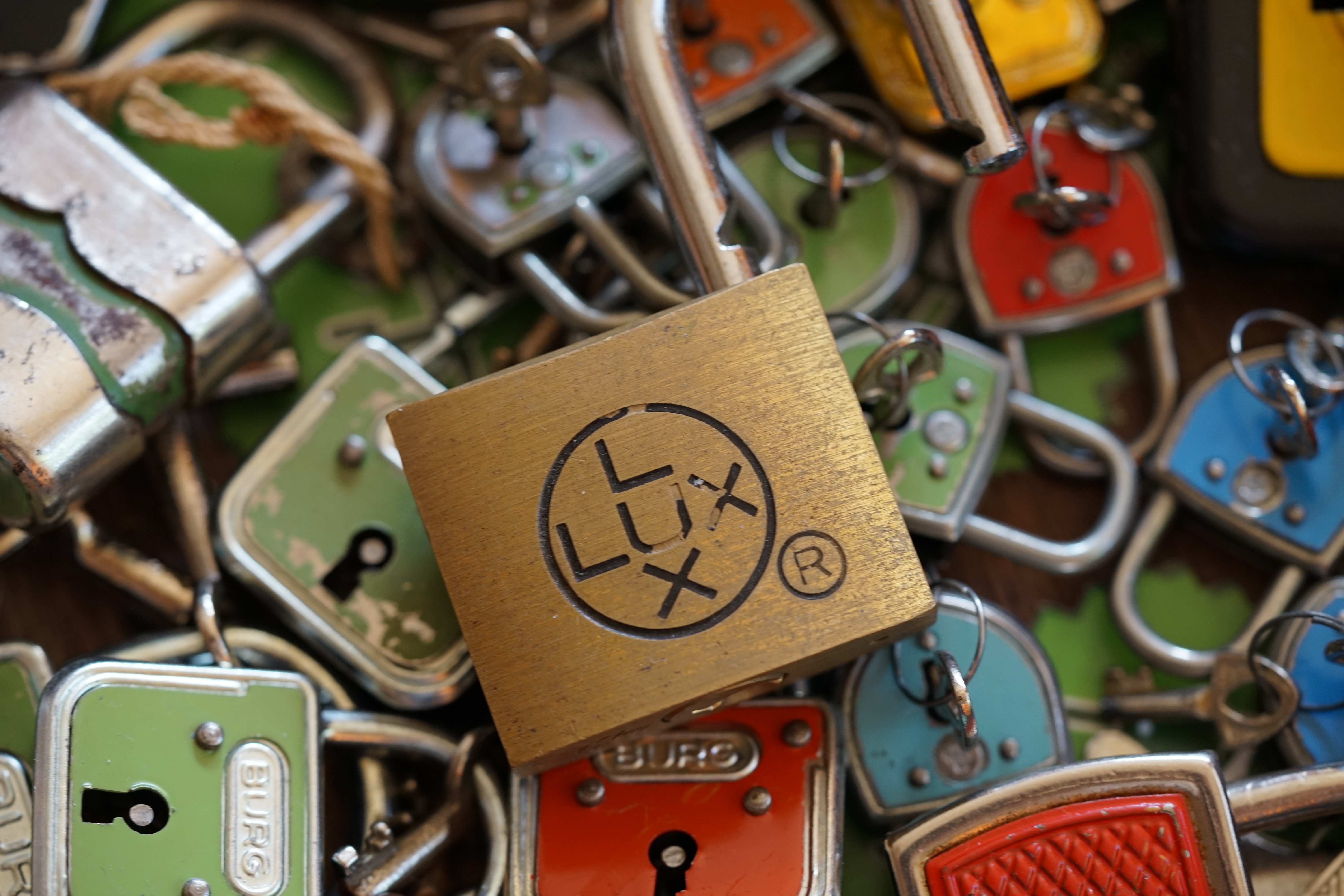 LUX Padlock Baumarkt ABUS OBI Eigenmarke Arthurmeisters Jukebox im Hasenstübchen Hamburg