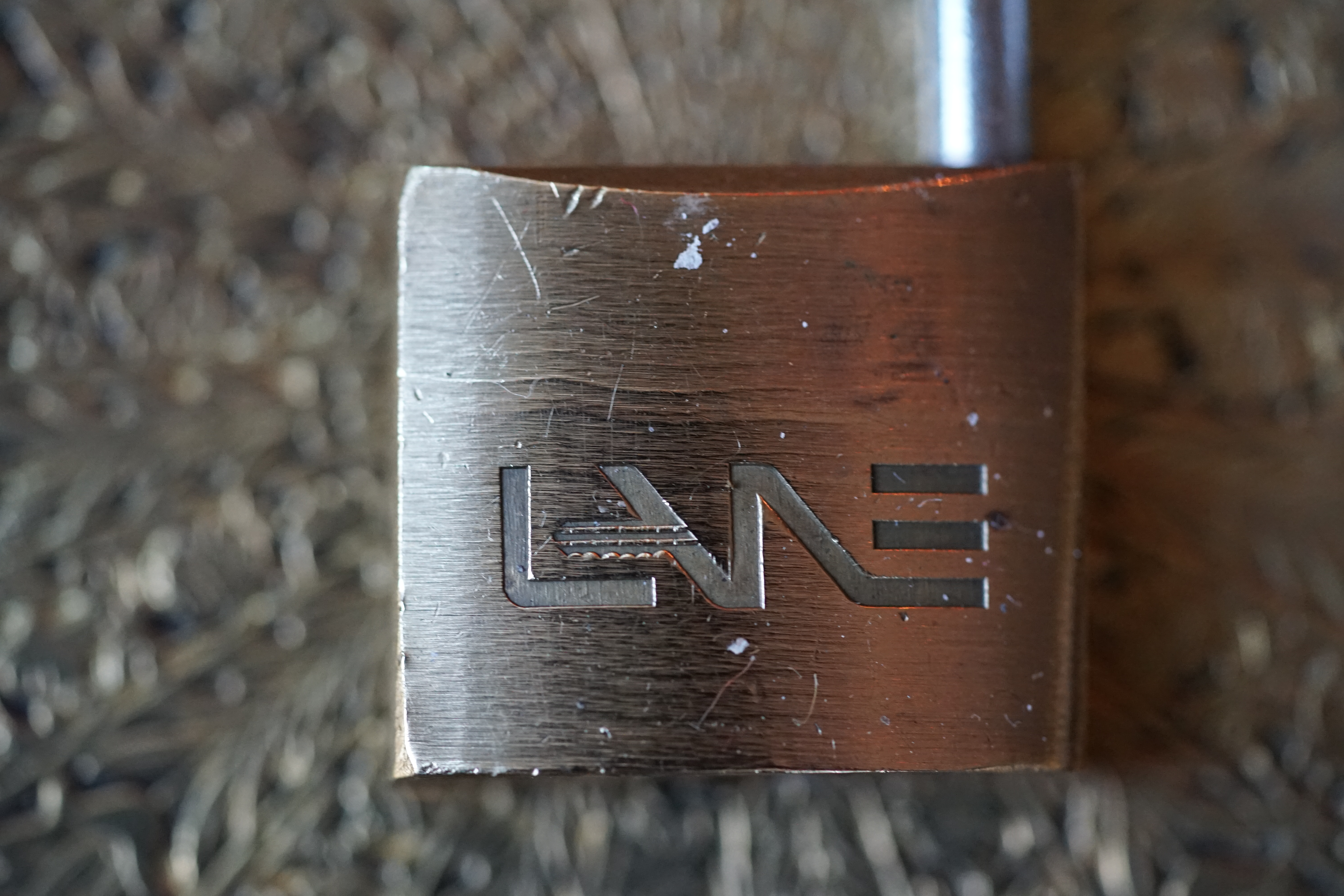 𝕬𝖗𝖙𝖍𝖚𝖗 𝕭ü𝖍𝖑, 𝕬𝖗𝖙𝖍𝖚𝖗𝖒𝖊𝖎𝖘𝖙𝖊𝖗 ® ARTHURMEISTER`s Jukebox im HASENSTÜBCHEN ( HAM ) Wohl dem, der den Schlüssel zur Jukebox hat und als " Sympathieträger " gilt ! " Der Aufmacher " hat absichtlich nicht alle Musikstücke aus der alten orginal Jukebox übernommen; denn einzelne Lieder mußten zu exzessiv ertragen werden. Bei Marianne`s " Er gehört zu mir " oder auch bei " Hu the fuck ist Alice " oder wer, was, wen auch immer, wurde zu oft der Drücker und der Presser gemacht. Diese Abspielliste wurde mit Hilfe meines gefertigten Himmelschlüssels und mit weiterer Hilfe der Helbing Brüder und des Stammtisches und der Stößchen`s gefummelt ! Allerdings ließ sich der Helbing - Tisch bestechen - je mehr Helbing - umso oder desto länger blieb die Box geöffnet ! YouTube, werbefrei. Nach zwei Runden Bier, leider kleine, wurde für unseren Lupo der Sound Knochen von der Zeltinger Band hinzugefügt. Das Abus Vorhängeschloss für den Lockpicker ♥ Stammtisch bringt er morgen. Auch Buongiorno bettelte. Nach zwei Runden Bier, leider kleine, hatte er uns überzeugt: Marcella Bella - Nessuno Mai ! Das Cisa Lucetto bringt er morgen. Jetzt bettelte der Arkadasch: Nach zwei Runden Bier, leider kleine, hatte er Erfolg: Cem Caraca & Die Kanaken - Mein Deutscher Freund ! Ein Kale Padlock bringt er morgen. Alles hierzu und vieles mehr dürft Ihr Lieben im " Leporello " und dessen Nachtrag auf Arthur Bühl de oder Arthurmeister.de lesen. LiBi`s gibt es unter Schlossherz.de anzuschauen. BILD et Uschi mit Parole Emil ! Arthurmeister`s Jukebox im Bunny Hall, B - Seite Einmal den Himmelsschlüssel aus der Hand gegeben. Der Stammtisch hat sofort eine Bass - Boom - Box, angeschlossen. Wie inner Disse ! Werbefrei. Mit Lichtorgel. Bouncing Joe und Schwerti drücken: Du wirst immer schöner ! Heike IV versucht sich an der Sportart Purzelbaum. Prost und Stößchen ! LiBi`s vom Lockpicking am Stammtisch sind unter Bunter Nachmittag, anzuschauen. Also: Viel Spaß ! und das Passwort lautet: Freibier Freibier ! Lautstärke ? " OFFEN ". Magic Fly. Arthur Buehl de oder Pornomeister de