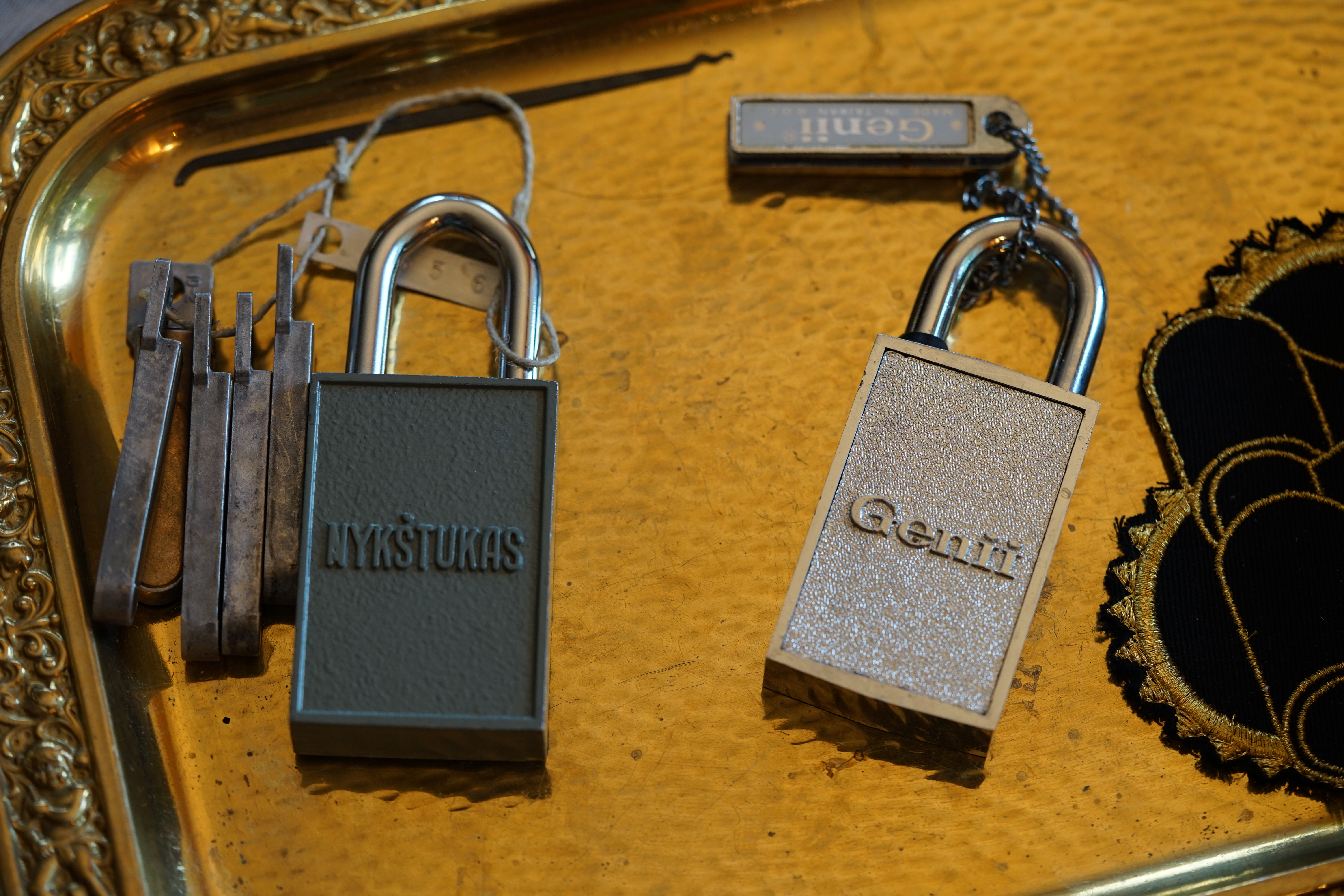 NYKSTUKAS und GENII Magnet Padlock Key Arthurmeister Lockpicking Master of the Universe Wired