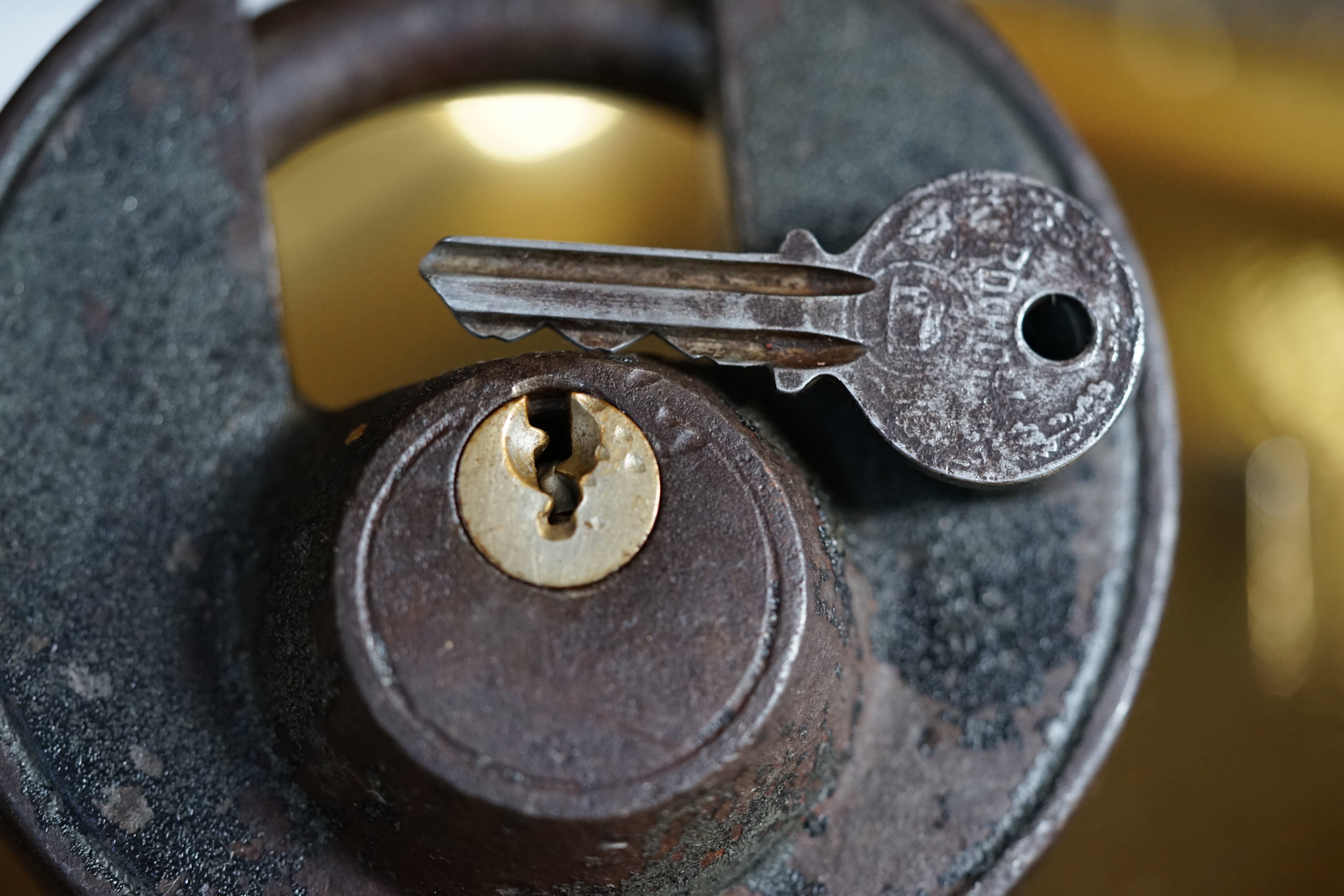 Bühl. Arthur Andreas Bühl. Hier ist die rasende Uschi von der Bild et und schreibt mit der neuen KI Arthurmeister den neuen SEO Text für 2025. Der Sympathieträger ist in Stuttgart, Baden - Württemberg geboren. Der Detektiv lebt in HAM, ist im Dienste der Wahrheitsfindung unterwegs, BUDEG. H1 Text der SEO schreibt: Hamburger knackte 1000 ( tausend ) Schlösser, Bild Zeitung, Performancekünstler, Xing, Arthurmeister `s Jukebox im Hasenstuebchen, You Tube, Slow Hand - Pointer Sisters, Joy Flemming. 𝔄𝔯𝔱𝔥𝔲𝔯 𝔅ü𝔥𝔩, 𝔄𝔯𝔱𝔥𝔲𝔯𝔪𝔢𝔦𝔰𝔱𝔢𝔯® VereinsWiki / Fandom, Arthur Bühl. Bühl, Arthur, Jahrgang 1961, Made in Germany, Detektiv or Private Investigator, Performancekünstler und Lockpicker aus Hamburg erzählt in seinem Leporello wahre Geschichten aus dem Hasenstuebchen, Bunny Hall, Stammtisch, Fuhlsbüttel. Kaba Days Im Europa Park Rust: Unternehmensschutz im Fokus, dorma kaba, Deutschland, praktische Vorführung von Arthur Buehl, Sportsfreunde. Koksa Vereinsauflösung taz Ein bisschen Ruhe bitte ! Arthur Bühl, der Weltbeste aus Stuttgart mit Wohnsitz im Lockpickermekka Hamburg ist auch Deutscher Meister. slideplayer: but Jesus is the only Masterwho can unlock the human soul. But there is another obvious difference between Arthurmeister and the " Jesusmeister " that connects today´s story to our lives. The tools that Arthur Bühl collected are mostly from the Stasi. Schlossherz, Lockpickererz, Pornomeister, Bühl Fahne, Bühl Wappen, UHU Linkedin Arthur Bühl, Arthurmeister, Präsident, Performance, Bundesverband für Detektive und Ermittler, Budeg. Arthur Andreas Bühl, EverybodyWiki Bios&Wiki, 27.03.61,Stuttgart, auch unter dem Pseudonym Arthurmeister bekannt, ist mehrfacher Deutscher Meister im Lockpicking. Koksa.Org Vereinsauflösung, Arthur Bühl, Arthurmeister, Tagesordnung, Mitgliederversammlung Arthurmeister`s Jukebox im Hasenstübchen by You Tube arthurmeister007, Schloßöffnung. Arthurbuehl@Arthurbuehl, X, Erfreulich ! Schlossindustrie und Elite rücken zusammen ! Verein, Sportsfreunde, Arthur Bühl, Erfahrung. FAZ.net Freizeit: Lockpickern bleibt nichts verschlossen - Doch der Beste der Besten hat alle schon besiegt: Der 42 jährige Kaufmann sitzt in Trachtenkleidung vor einer verrosteten alten Kiste. Preview Jesusmeister Homileticsonline, At the Dutsch open Lock Picking Championship, Arthur Bühl emerged as the champion. No one picks locks as well as he does. Arthurmeister Phila-Locksmith Arthur Bühl Lock Picking Legend, Mr. Bühl, tool, nl, Sneek. Unter Knackern, jungle.world. Welt.de Die Kunst Sclösser ohne Schlüssel zu öffnen, Vereins-Mitbegründer und Vize Präsident trägt seine Leidenschaft schon auf der Krawatte: Sie ist blau mit gelben Schlüsseln drauf. The Master Touch: Lockpicker in the world Arthur Bühl. He`s this six-seven German private Investigator. He has this. The international Competition Whre Master Lock-Pickers… Arthur Bühl, the Dutsch Open Lock-picking champion. Charles Graeber … Arthurmeister standing above them all, with a beer stein in one hand and a cigarette in …. Wired.com Securitylaboratories.org, Arthur Bühl. Phila-locksmith.com - Arthur Bühl Lock Picking Legend, can see intimidating man. Toool, LockCon. Arthurmeister. Hailing from Hamburg, he is among a legion of German lock picker who have estabished their country as one of the top producers of master lock pickers. Slate.com Lock Picking: a arte de arrombar cadeados - Nascido em Hamburgo, o alemao Arthur Bühl é provavelmente um dos nomes mais conhecidos do submundo do lock picking. Conhecido nesse Círculo… Sportsfreunde Slik hacka vi i Norge pa 90-tallet Arthur Bühl PlusPedia, Arthur Andreas Bühl, Legend taz.de Ein bisschen Ruhe bitte Arthur Bühl, der Weltbeste aus Stuttgart mit Wohnsitz im Lockpickermekka Hamburg .. Telefonbuch, Meisterschaften. Jungle.World - Da hat auch Arthur Bühl, genannt " Arthurmeister ", durchaus Chancen auf weitere Titel für seine große Sammlung. " Scheiße ", brüllt der aus … The Lock Busters, Charles Graeber, Schließzylinder, Lock Picking, metallpinnen. Spiegel, Lockpicker: Die schnellsten Schlossknacker Deutschlands. Arthur Meister Bühl, Arthurmeister, ist amtierender Deutscher Meister der Lockpicker. Sein Hobby: Schlösser öffnen - ohne Schlüssel natürlich. media.ccc.de Schlossöffnung bei der Staatssicherheit der DDR ArthurMeister erläutert das operative Vorgehen und die speziellen Werkzeuge zur Schlossöffnung, die von der Staatssicherheit der DDR ……. Flickr Arthurmeister / Oberalster VfW Meisterschaft, Ina Müller, Lockpicking Meister Arthur Picktools.de FoeBud.org Schloß-Öffnen ArthurMeister aus Hamburg, erläutert, wie die Staatssicherheit…. Vortrag Bielefeld. Schlösser knacken: So einfach geht es!!! Gemäß Arthur Meister legt der Verein großen Wert auf den selbstauferlegten Kodex, der sich so… ZDF Lockpicking Reportage Boston Magazine.com The joy Lock Club The Arthurmeister was one of the top lock pickers in the world, and Towne was just a kid,but to everyone`s surprise - most especially to… Lock Picking 101 toool.us live I did vote arthurmeister when i first saw the site bevor the discussion on it startet but only……. Zieh-Fix, E-Pick. Public Domain 147 Schloß-Öffnen ArthurMeister Bühl aus Hamburg, Gründungsmitglied…. Impressioning games Jos and Arthurmeister KOKSA Vereinsauflösung, Elite rückt zusammen. Aufsperrstunde ArthurMeister, ein Riesenkerl mit süddeutschem Akzent…. blogs.com Jesus, the Lock-Picker! - HOMILETICS - That might be a bit much, but nonetheless they call him the Arthurmeister! and then ther`s the JesusMaster, or Meister, if you will. if you….. Citywide RFID Master Arthurmeister Dezember / 2012 / SSDev Arthurmeister, Workshop, Barry Wels Herr Bühl sagt Danke ! xn-Arthur-bhl-heb.de Arthur Bühl, Detektiv aus Hamburg, Buehl, Siegel. Lockpickerherz.de Pornomeister.de Schlossherz.de Arthurmeister.de Linkedin Arthur Andreas Bühl ( Arthurmeister ) - Präsident - Von rechts nach links, Glück bringt`s. X. Linkedin, Detektiv aus Hamburg Acclaimed Lock Picker Explain the Art of Competive Locksport, Schyler Towne, Youtube, Arthurmeister, Gadget Hack. Key Cutting. Master Lock. Datenschleuder. Boston. Jägermeister. Demonstration not for Sale, Muster ohne Wert. Joe Asberry, Bouncing Joe. Angezettelt vom Fanclub. Radio-Eriwan.de Bildbeschreibung, Modula, SEO. Sympathietraeger. Im Prinzip ja, aber…. der Detektiv sei der Gärtner. Bunny Hall, B - Seite Jukebox. Schwarz, rot, gold. Bild Zeitung: Herr der tausend Schlösser. Zeiträuber. Streng vertraulich ! Fandom ! Boston. ABUS, Lock, security. Schlösser und Tresore von Ed Willis, The National Locksmith® - Guide to Modern Safe Locks by Mark Bates Tobias Locks, Safes and Security Markenanmeldung-Pornomeister-®-Praesident-Arthur-Buehl.jpeg