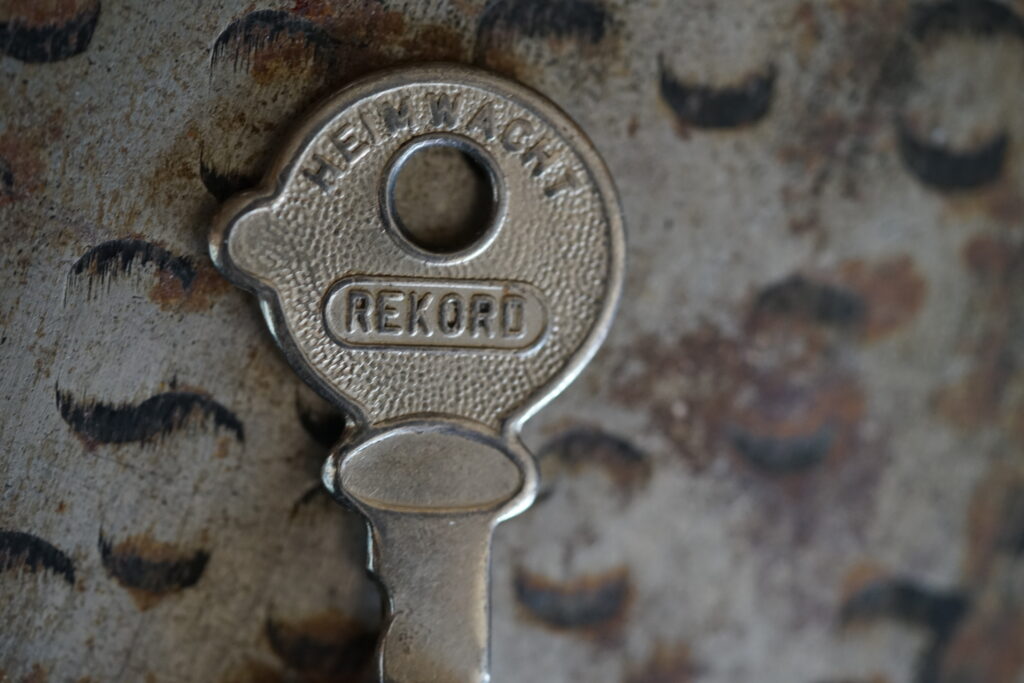 REKORD HEIMWACHT Key Lock Schlüssel Türsperrer Arthur Andreas Bühl Privatdetektiv Hamburg