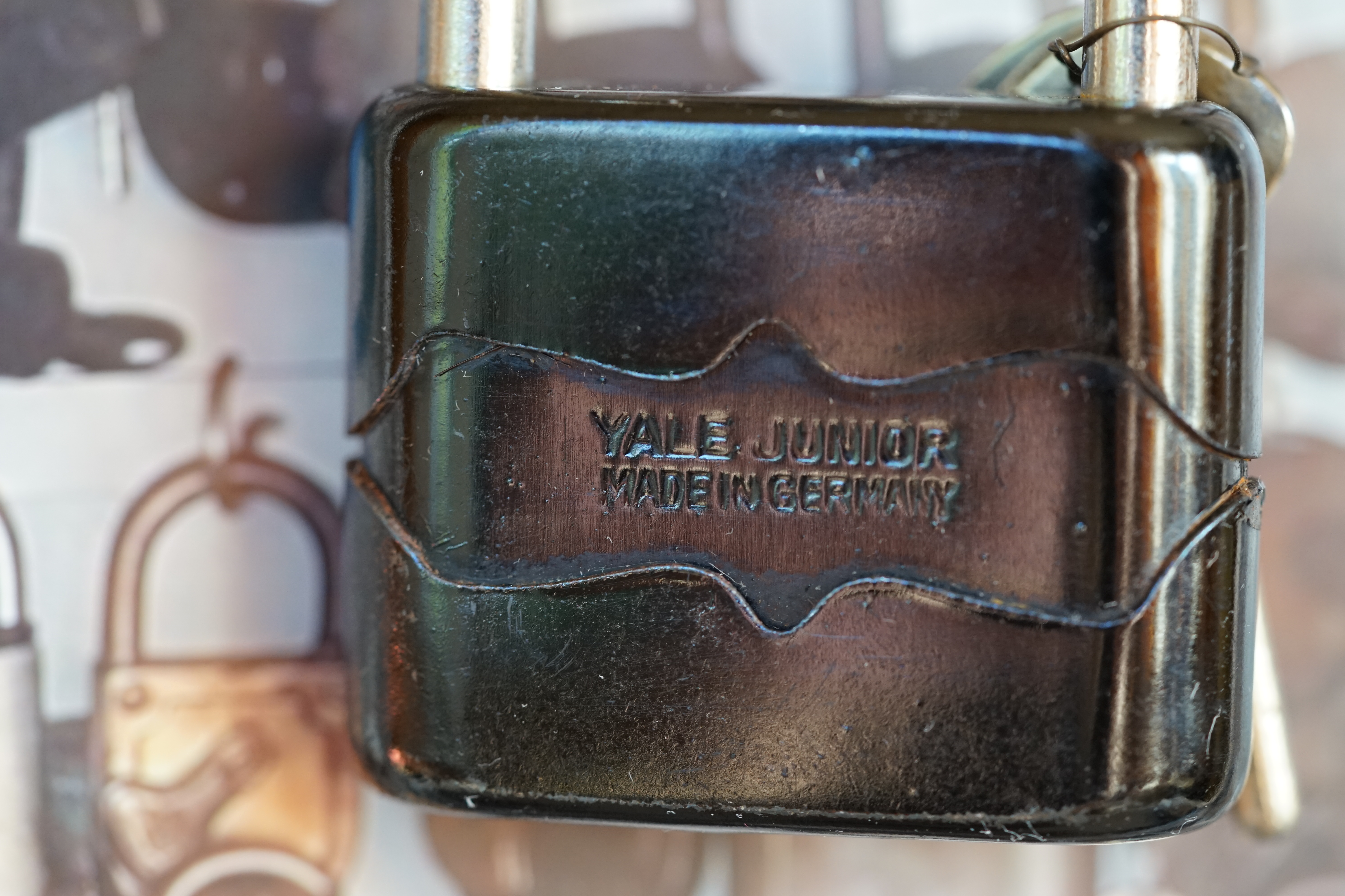 SEO ab 21 ♥ 𝔄𝔯𝔱𝔥𝔲𝔯 𝔅ü𝔥𝔩, 𝔄𝔯𝔱𝔥𝔲𝔯𝔪𝔢𝔦𝔰𝔱𝔢𝔯® Arthur Andreas Buehl, Made in Germany, born 1961 in Stuttgart. Arthurmeister007@gmail.com International Airport, Jugendschutz, ab 21, Oktagon, grün weiss, ges. gesch. Arthurmeister®, Lockpicking. Im Hasenstübchen in Fuhlsbüttel wird in Arthurmeister`s Jukebox auf YouTube Slow Hand gespielt ! Der Stammtisch grölt. Die Lockpicker schreien: OFFEN ! Verschlagwortet mit Bühl, Buhl, Zwetschgenhengst, Bühl er Zwetschge, Rotkäppchen Verschlagwortet mit: Bühl er Zwetschge, International Lockpicking, Google Earth, Earth Song, Schwäbischer Hengst ! KI-Worldwide.de !