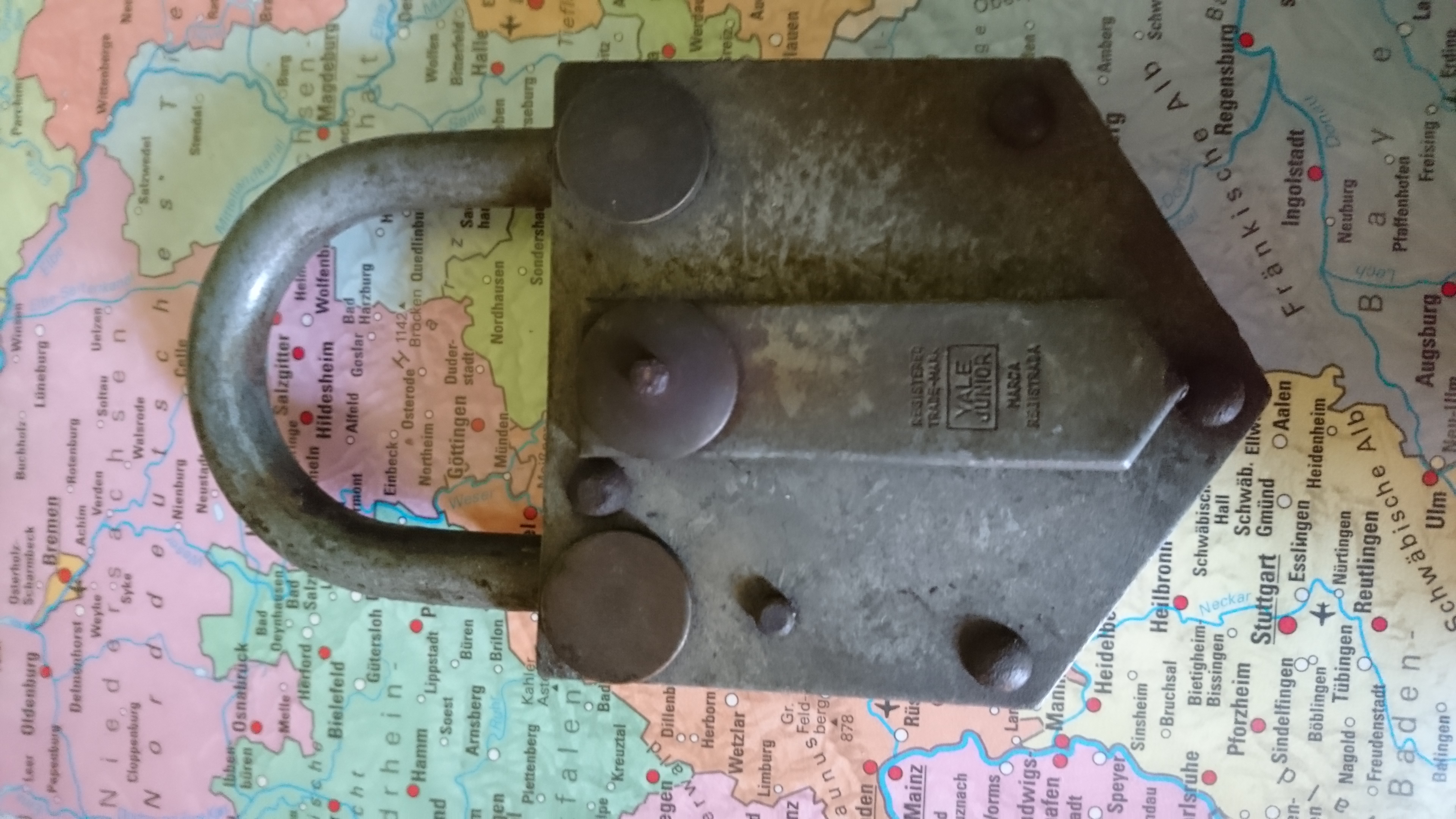 Arthur Bühl, Arthurmeister, Bühl Wappen Der Sympathieträger ist in Stuttgart, Baden - Württemberg geboren. Der Detektiv lebt in HAM. H1 Text der SEO gibt Texte aus Arthurmeister`s Leporello frei. 𝔄𝔯𝔱𝔥𝔲𝔯 𝔅ü𝔥𝔩, 𝔄𝔯𝔱𝔥𝔲𝔯𝔪𝔢𝔦𝔰𝔱𝔢𝔯 Bühl, Arthur, Jahrgang 1961, Made in Germany, Babyboomer, Detektiv or Private Investigator how Mr. Smitz from the PLAYBOY, Beverly Hills, say`s. Yes Mr. Smitz i will send you the Photo Arthurmeister`s F 1, Jacket for your LeporelloUS. to your E - Mail Mr.Smitz@Mr.Smitz.us. Ok, Mr. Smitz. Mr. Smitz do you know what Google Earth is ? Take BÜHL Arthur, only by Google Earth, you know ? have done it ? Yes Google will show you my Panel superfast. Cool, Arthurmeister, cool. Yes Mr. Smitz, this can i do for you too ! Yes with SEO. Yes, yes, i have Arkadasch erklärt, sein Erikli pasta is not so genial. Der beste Zwetschgenkuchen, you know plum tart, is from the Stadt Bühl. Not laughing in the USA. Bühl is a City like my Name. And the People in this City called it: Zwetschgendatschi ! you know. This is the world best plumcake. Yes Datschi. Yes, Stadt Bühl is near Baden - Baden, the Casino, you know ! Yes. Baden-Württemberg. You must know there is since 1927 the traditionell Zwetschgenfest. And there ist the Zwetschgenkönigin ! Mr. Smitz, my Ur Ur Ur Ur Grandfather is born in Bühl. My Great Grand Grand Mother where also born in the town Bühl. Their profession was Zwetschgenpicker. Not Lockpicker, Zwetschgen / Plum Picker. And Rüttler. Oh, really ! Yes, Yes. And since this time the name of the family Bühl from the Stadt Bühl is: Yes you know - Buehl. Yes i will give Greetings from you to Mrs. Friede Springer from the Newspaper BILD et. Yes, the Elbphilharmonie is in Betrieb. OH, Mr. Smitz, greeting´s to you from Joe Asbbery, NBA, you know. Tomorrow we will meet us in the Hasenstübchen, our Rabbit Hall. For Lockpicking und Beer. Call you. Parole Emil ! H1 Text der SEO schreibt weiter: 𝔄𝔯𝔱𝔥𝔲𝔯 𝔅ü𝔥𝔩, 𝔄𝔯𝔱𝔥𝔲𝔯𝔪𝔢𝔦𝔰𝔱𝔢𝔯® Herr Arthur Bühl, kritischer Privatdetektiv aus der Hansestadt Hamburg, bereitet sich auf ein Interview mit der BILD et vor. Bei Babsi und Gina in Fuhlsbüttel wird ihm zuvor der Vokuhila geschnitten. Herr Arthur Bühl wurde schon in der BILD et als " Herr der Schlösser " beschrieben. " Ein bisschen Ruhe bitte " schreibt Jan Freitag von der TAZ. Er erwähnt auch eine Mustertür by Wendt. Es wird darin herumgeprökelt. Selbst Arthur Bühl, der weltbeste aus dem Lockpicker Mekka Hamburg, betreibt pures Understatement, weil er sein Schloss in nur 20 Sekunden " geknackt " hat. Charles Graeber von der Wired.com beschreibt in seinem Artikel Master Lock - Pickers do bottle Arthur Bühl " The Master of the Universe ", Arthur Bühl a private Detective of Germany open locks. Bühl`s Fabio - the - Barbarian Look stands out. He wins the Dutch Open and is now Master of the Universe. The people cry: " Arthurmeister ! booms Arthurmeister ". Mark Webber Tobias, the Author of Locks, Safes, and Security, a Police Reverence, say: Arthurmeister, that ist beautyful. " Open ! " sagt Arthurmeister ", offen ist gut, schneller offen ist besser ". " Beer !" Arthurmeister booms back and a new Champion is born. Die Welt berichtet: " Die Kunst, Schlösser ohne Schlüssel zu öffnen ". Vereinsmitbegründer und Vizepräsident Arthur Bühl trägt seine Leidenschaft schon auf der Krawatte. Sie ist rot mit gelben Schlüsseln drauf. Intern wird er ehrfürchtig " Meister Arthur " gerufen. Er hat es zum siebenfachen Deutschen Meister in verschiedenen Disziplinen geschafft. Er pickt seit der Kindheit. Sein erstes Trainingsobjekt war sein Spardosenschloss - Ein klassischer Einstieg… . Die Slate berichtet über Arthur Bühl als Lockpicking Legend. Es gibt einen Artikel Tool for Picking and Decoding by Stasi, CCC, Vortrag Berlin. Amateur Hour berichtet: Arthurmeister has " The Master Touch ". Bei den Kaba Day `s im Europa Park Rust schreibt die Pressebox: auf großes Interesse der Teilnehmer stieß auch die praktische Vorführung von Steffen Wernéry und Arthur Bühl, die gängige mechanische Schließzylinder ohne Schlüssel zerstörungsfrei öffnen. Meist in Sekundenschnelle. Auch die Chemnitzer Zeitung " Freie Presse " hat über das Lockpicking und Arthur Andreas Bühl alias Arthurmeister berichtet. Dwight Perry schreibt: Arthur Bühl has good hands ! In der Philalocksmith wird Arthur Bühl auch als Lockpicking Legend betitelt. Es gibt auch einen Beitrag, 360 Meridianos. In der Datenschleuder, CCC, wurde über ihn als Sympathieträger berichtet. Veröffentlicht unter Linkedin, Xing, Google Panel, Twitter X. In der Vitrine von Arthur Andreas Bühl, Arthurmeister ® sind Schlösser, Padlocks, von ABUS, BKS, CES, DOM, EVVA, Assa Abloy, Z Ikon, Kaba, Keso, ASSA, Winkhaus, Wilka, Trelock, Schmelting, Bode Panzer, Ancor Las, Drumm Geminy, Xylock, SEA, Medeco, Mul-T-Lock, Cut away, ABUS Granit, Pfaffenhain, E*S, ESS, Nemef, BAB, Babelsberg, Stasi, Diskus, WMF, Tesa, Noch, Vachette, Cisa, Wally, Rielda, Mottura, Viro, FAI, GeGe, Fichet, Bode Panzer, Tresor, Bramah, Protector, Braun`s Patent, Walomatus, Arolds, Combination Lock, Yale, Master, American Lock, Tubular, China, Indien, Aligarh, Nepal, Thailand, Zahlenschlösser, Himmelsschlüssel und noch vieles mehr, vorhanden. Alle Schliesszylinder sind Übungsmaterial für das Lockpicking. Schlagschlüssel und so vieles mehr, sind auch dabei. Auch der Sputnik. Verschlagwortet mit: ♥ Vokuhila, Friseur ♥ Schwäbischer Hengst, Zwetschgen Heini, Bühl er, Zwetschge, Google Earth, Mittelpunkt der Welt, Martinameisterin, Cartomanze, Scholischek, " HIGH NOON ! ". ♥ Parole Emil ! SEO NEU Twitter X 11.06.24 Bilder Budeg ( Bold serif ) Arthur Andreas Bühl, Detektiv, made in Germany, born 1961 in Stuttgart, Baden - Württemberg, living in HAM, Im Dienste der Wahrheitsfindung unterwegs, betreibt in seiner Freizeit Lockpicking aus Leidenschaft. Der mehrfache Deutsche Meister wird in der WIRED als " Master of the Universe " betitelt. In der BILD et ist der Artikel " Herr der Schlösser " abgedruckt. Im Hasenstübchen - Fuhlsbüttel, am Hasenberge, Santa Fu, wird gefeiert. Arthurmeister® stellt seinen Leporello " Der Aufmacher " vor. Der Stammtisch grölt " OFFEN ". Scholischek, Rudi, Heike I, Noagerlzutzler, Arthur und Joe Asberry, der alte NBA ler, prosten sich zu. Arthurmeister`s Jukebox auf YouTube spielt Pointer Sisters - Slow Hand ! ♥ Beim Tanzen ruft die Cartomanze " Ey du Sympthieträger ♥, komm mal her " ! SEO für heute: DETEKTIV, Arthur Bühl, Lockpicker, Deutscher Meister, pickt ABUS Padlock.