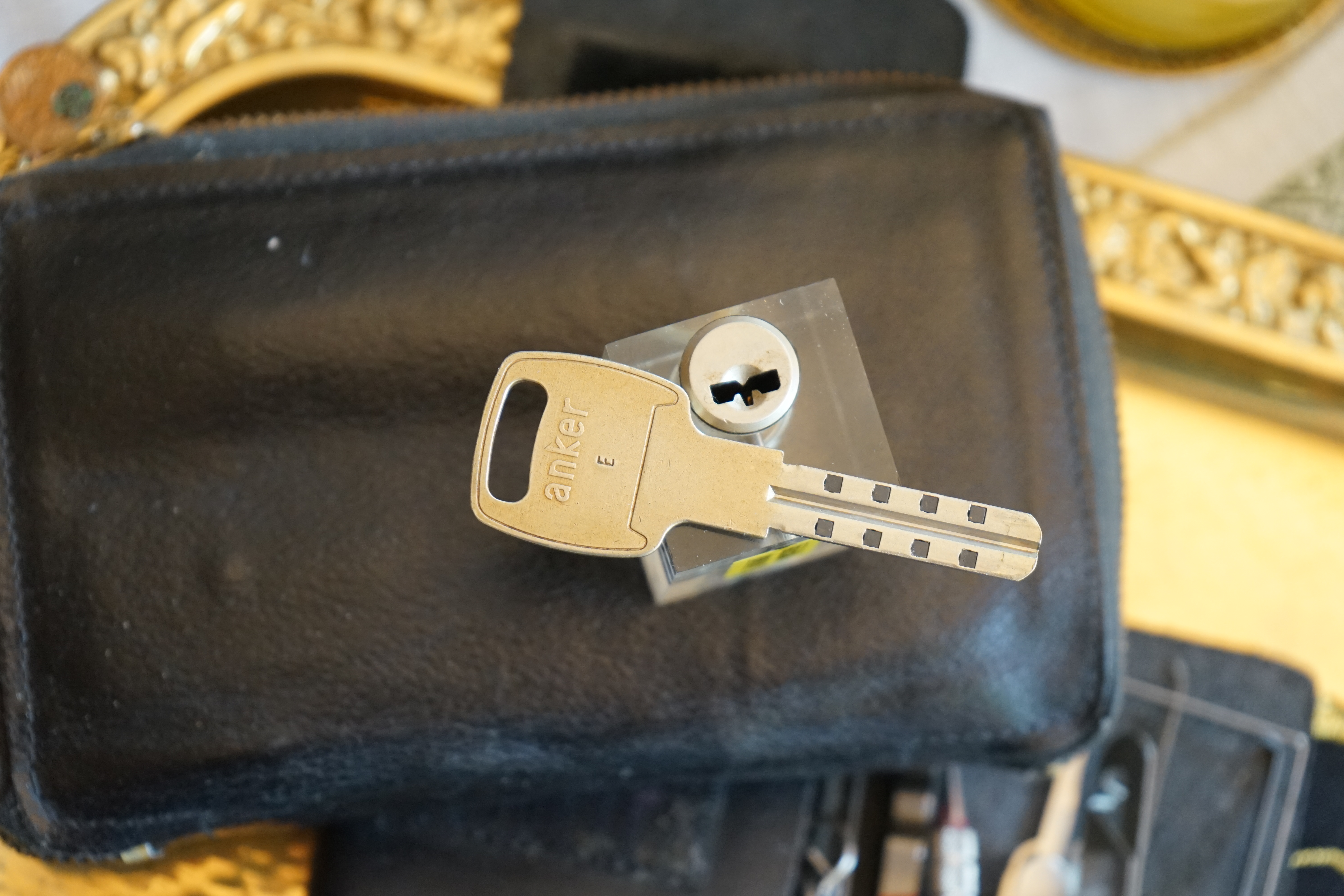 Hasenstübchen, S - Bahn, Ohlsdorf, Am Hasenberge, Stanta Fu, Friedhof ! Vokuhila ♥ Zwetschgen - Heini, Parole Emil ! Arthur ♥ Schwäbischer Hengst, Buhl, Zwetschgen Heini, Artur, Buehl er, Zwetschge, Made in Germany, Born 1961, Sympathieträger, Google Earth, Mittelpunkt der Welt, Pflaumen, Arkadasch, Datschi, ♥ Martinameisterin, Cartomanze, Scholischek, " HIGH NOON ! ", ♥ ♥ Vokuhila ♥ Parole Emil ! SEO Bühl Zwetschge ♥ 𝔄𝔯𝔱𝔥𝔲𝔯 𝔅ü𝔥𝔩, 𝔄𝔯𝔱𝔥𝔲𝔯𝔪𝔢𝔦𝔰𝔱𝔢𝔯® Bühl, besser bekannt als Arthurmeister, Made in Germany, Jahrgang 1961, geboren in Stuttgart, aufgewachsen in Asperg und in der Villa Heinrich Franck Söhne, am Bahnhof in Ludwigsburg, jetzt wohnhaft in 22335 Hamburg - Fuhlsbüttel, sagt zu Arkadasch: Nein ! Bühler Zwetschgen schmecken besser als dein Erik oder plum ! Zwetschgendatschi heißt das Zauberwort ! ♥ und Zwetschgenwater, not Raki. 𝗩𝗲𝗿𝘇𝘄𝗲𝘁𝘀𝗰𝗵𝗴𝗲𝘁 𝗺𝗶𝘁: 𝔄𝔯𝔱𝔥𝔲𝔯 𝔅ü𝔥𝔩, 𝗔𝗿𝘁𝗵𝘂𝗿𝗺𝗲𝗶𝘀𝘁𝗲𝗿, 𝗥𝗮𝘂𝗰𝗵𝗲𝗿, 𝗥𝗼𝘁𝗵 - 𝗛ä𝗻𝗱𝗹𝗲, 𝗦𝘁𝗮𝗱𝘁 𝗟𝗮𝗵𝗿 - 𝗕ü𝗵𝗹, 𝗦𝗰𝗵𝘄𝗮𝗿𝘇𝘄𝗮𝗹𝗱, 𝗕𝗹𝗮𝗰𝗸𝗳𝗼𝗿𝗲𝘀𝘁, 𝗥𝗼𝘁𝗸ä𝗽𝗽𝗰𝗵𝗲𝗻 𝘆𝗼𝘂 𝗸𝗻𝗼𝘄 𝗠𝗿. 𝗦𝗺𝗶𝘁𝘇, 𝗦𝗼𝗿𝘁𝗲 𝗦𝗰𝗵𝘄ä𝗯𝗶𝘀𝗰𝗵𝗲𝗿𝗵𝗲𝗻𝗴𝘀𝘁.𝗱𝗲 𝗶𝘀 𝗴𝗿𝗼ß𝗳𝗿𝘂𝗰𝗵𝘁𝗶𝗴 𝘂𝗻𝗱 𝘀ü𝘀𝘀. ♥ 𝗡𝗼, 𝗼𝗻𝗹𝘆 𝘄𝗼𝗺𝗮𝗻 𝗵𝗮𝘀 𝗣𝗳𝗹𝗮𝘂𝗺𝗲𝗻 ♥ 𝗞𝗹𝗲𝗶𝗻𝘁𝗶𝗲𝗿𝘇ü𝗰𝗵𝘁𝗲𝗿𝘃𝗲𝗿𝗲𝗶𝗻. 𝗗𝗶𝗲 𝗘 - 𝗠𝗮𝗶𝗹 𝗹𝗮𝘂𝘁𝗲𝘁: 𝗔𝗿𝘁𝗵𝘂𝗿𝗺𝗲𝗶𝘀𝘁𝗲𝗿@𝗔𝗿𝘁𝗵𝘂𝗿𝗺𝗲𝗶𝘀𝘁𝗲𝗿.𝗱𝗲 𝗗𝗶𝗲 𝗘 - 𝗠𝗮𝗶𝗹 𝗹𝗮𝘂𝘁𝗲𝘁: 𝗔𝗿𝘁𝗵𝘂𝗿𝗔𝗻𝗱𝗿𝗲𝗮𝘀𝗕𝘂𝗲𝗵𝗹@𝗔𝗿𝘁𝗵𝘂𝗿𝗔𝗻𝗱𝗿𝗲𝗮𝘀𝗕𝘂𝗲𝗵𝗹.𝗱𝗲 Verschlagwortet mit Bühl er Zwetschge, Zwetschgenhengst, Pflaume, plum, Erikli, prugna torta, Datschi, süss. ♥ Zwetschgen Heini