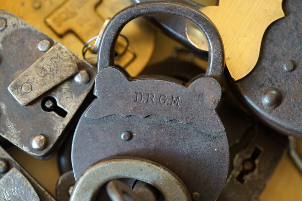 DRGM Deutsches Reichspatent Padlock Key Arthur Bühlr HAM Germany Privatdetektiv BUDEG WAD