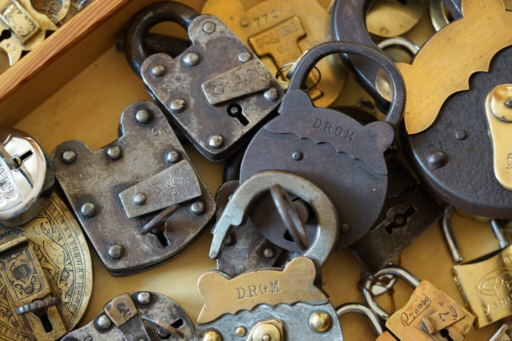 DRGM Deutsches Reichspatent Padlock Key Arthur Bühl Arthurmeister Jukebox Hasenstübchen YouTube