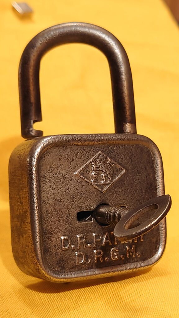 D.R. PATENT D.R.G.M. Padlock Schlüssel Vorhangschloss Schlüssel Arthur Bühl Detektiv Hamburg Security