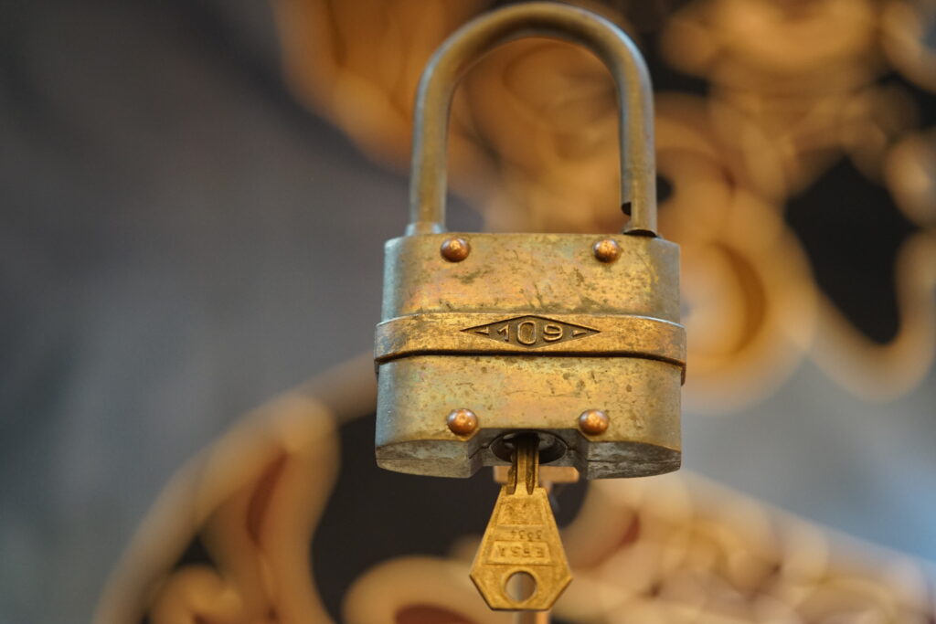 EFSA Padlock Key Bunter Nachmittag Arthurmeisters Jukebox Hasenstübchen YouTube Slow Hand Pointer Sisters