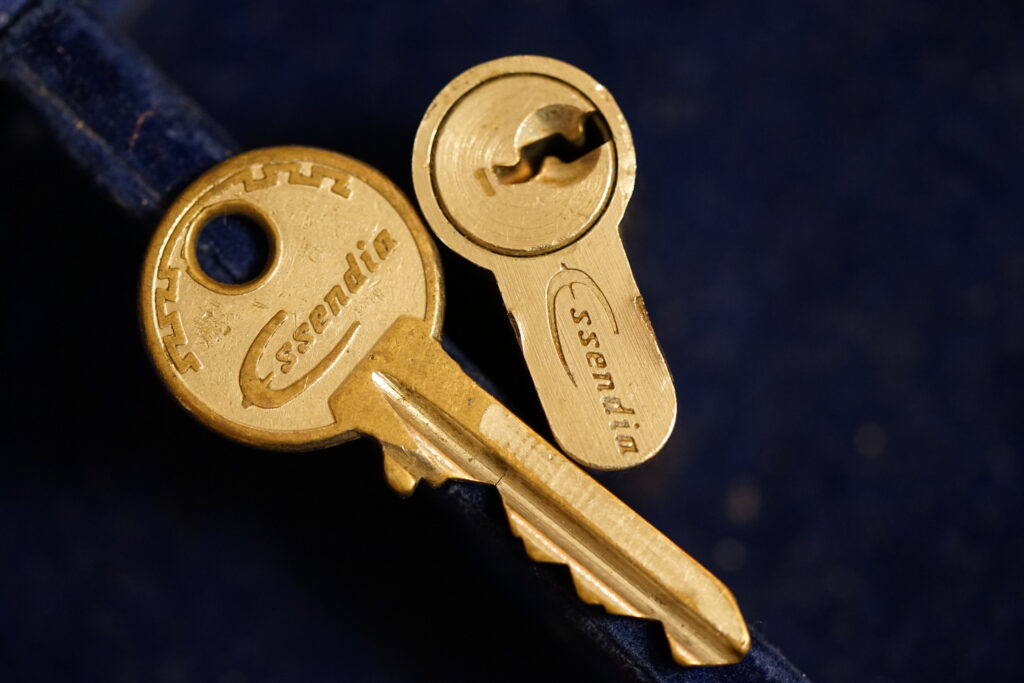 Essendia Schließzylinder Schlüssel Lockpicking offen open ouvert Arthur Bühl Arthurmeister Privatdetektiv