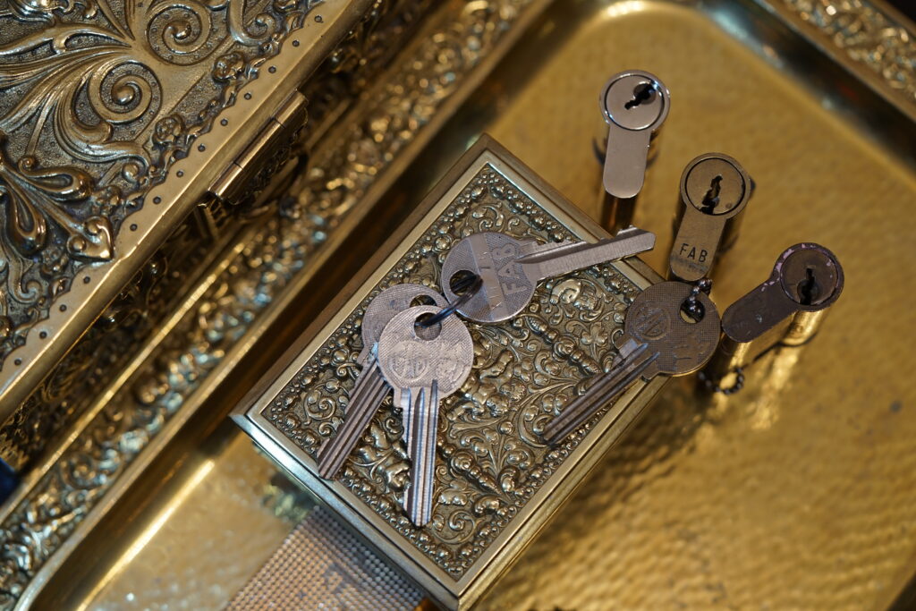 Padlock FAB ASSA ABLOY Zylinder Key Wachhund Privatinvestigator aus Hamburg Germany BUDEG WAD Detektei Auskunftei