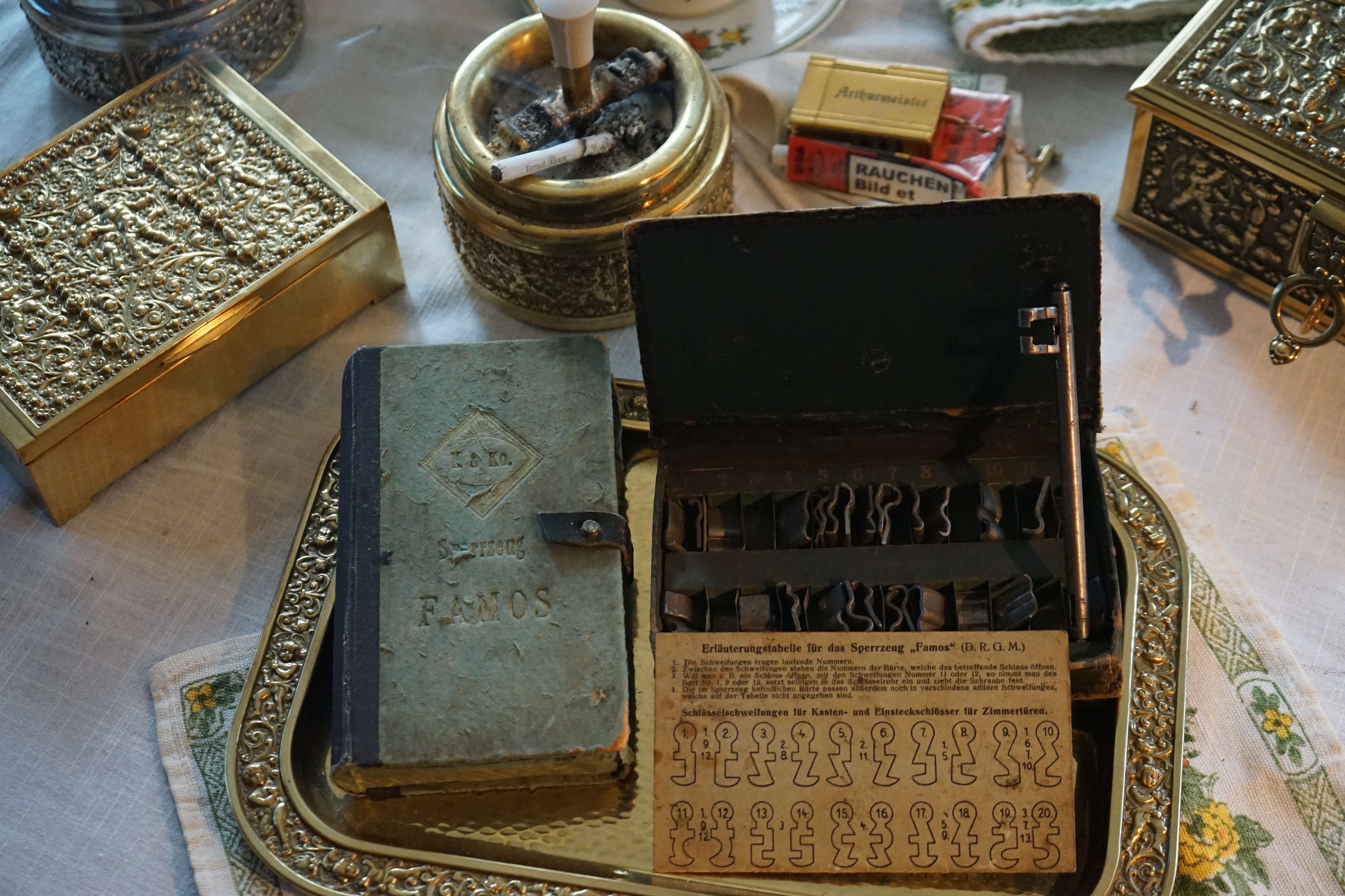 SEO ab 21 ♥ 𝔄𝔯𝔱𝔥𝔲𝔯 𝔅ü𝔥𝔩, 𝔄𝔯𝔱𝔥𝔲𝔯𝔪𝔢𝔦𝔰𝔱𝔢𝔯® Arthur Andreas Buehl, Made in Germany, born 1961 in Stuttgart. Arthurmeister007@gmail.com International Airport, Jugendschutz, ab 21, Oktagon, grün weiss, ges. gesch. Arthurmeister®, Lockpicking. Im Hasenstübchen in Fuhlsbüttel wird in Arthurmeister`s Jukebox auf YouTube Slow Hand gespielt ! Der Stammtisch grölt. Die Lockpicker schreien: OFFEN ! Verschlagwortet mit Bühl, Buhl, Zwetschgenhengst, Bühl er Zwetschge, Rotkäppchen Verschlagwortet mit: Bühl er Zwetschge, International Lockpicking, Google Earth, Earth Song, Schwäbischer Hengst ! KI-Worldwide.de !