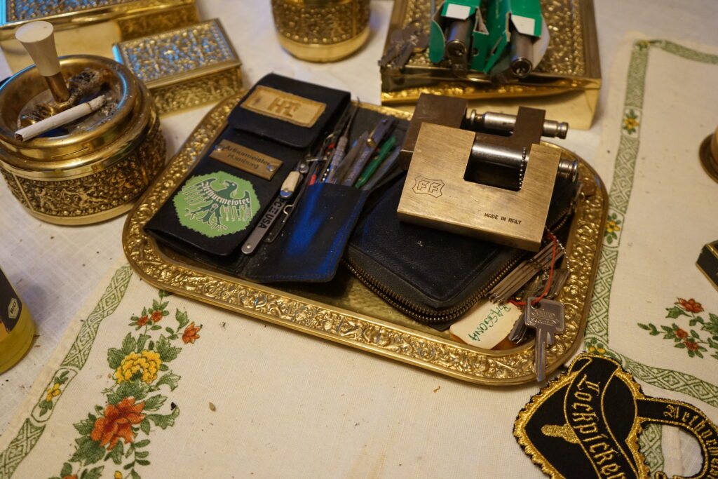 FF Padlock Key Lockpicking Arthur Bühl Detektei Auskunftei HAM Berufsverband BUDEG WAD worldwide patented