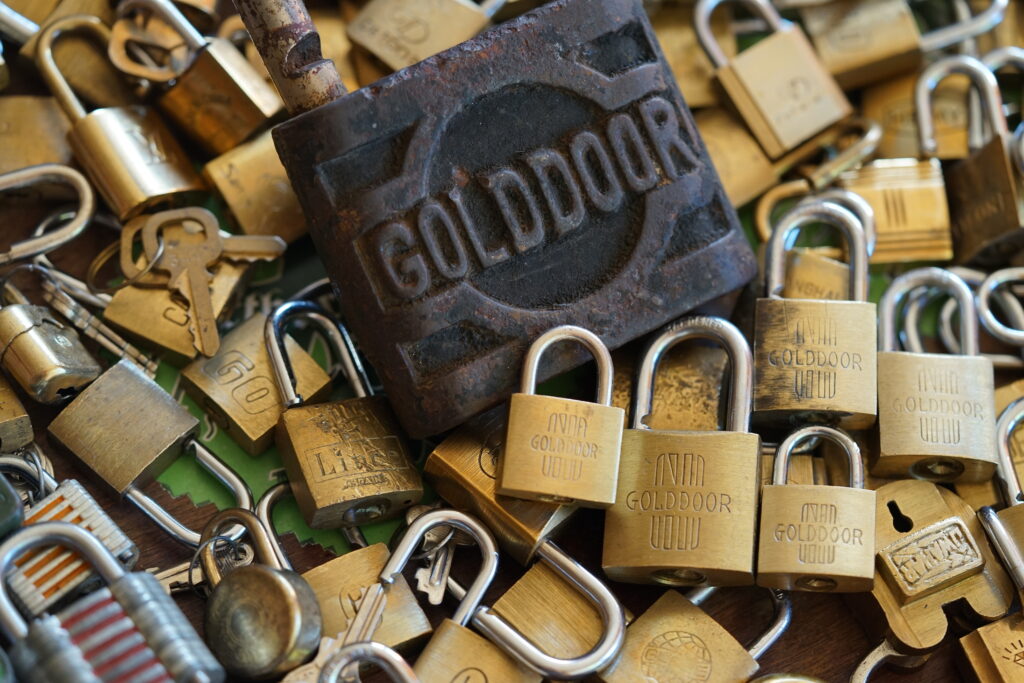 Arthurmeister ® Arthur Bühl Lockpicker ♥ Schloss ♥ Pornomeister ® KI-Worldwide@KI-Worldwide.de Der Aufmacher Arthurmeister007@gmail.com Arthurmeister@Arthurmeister.de