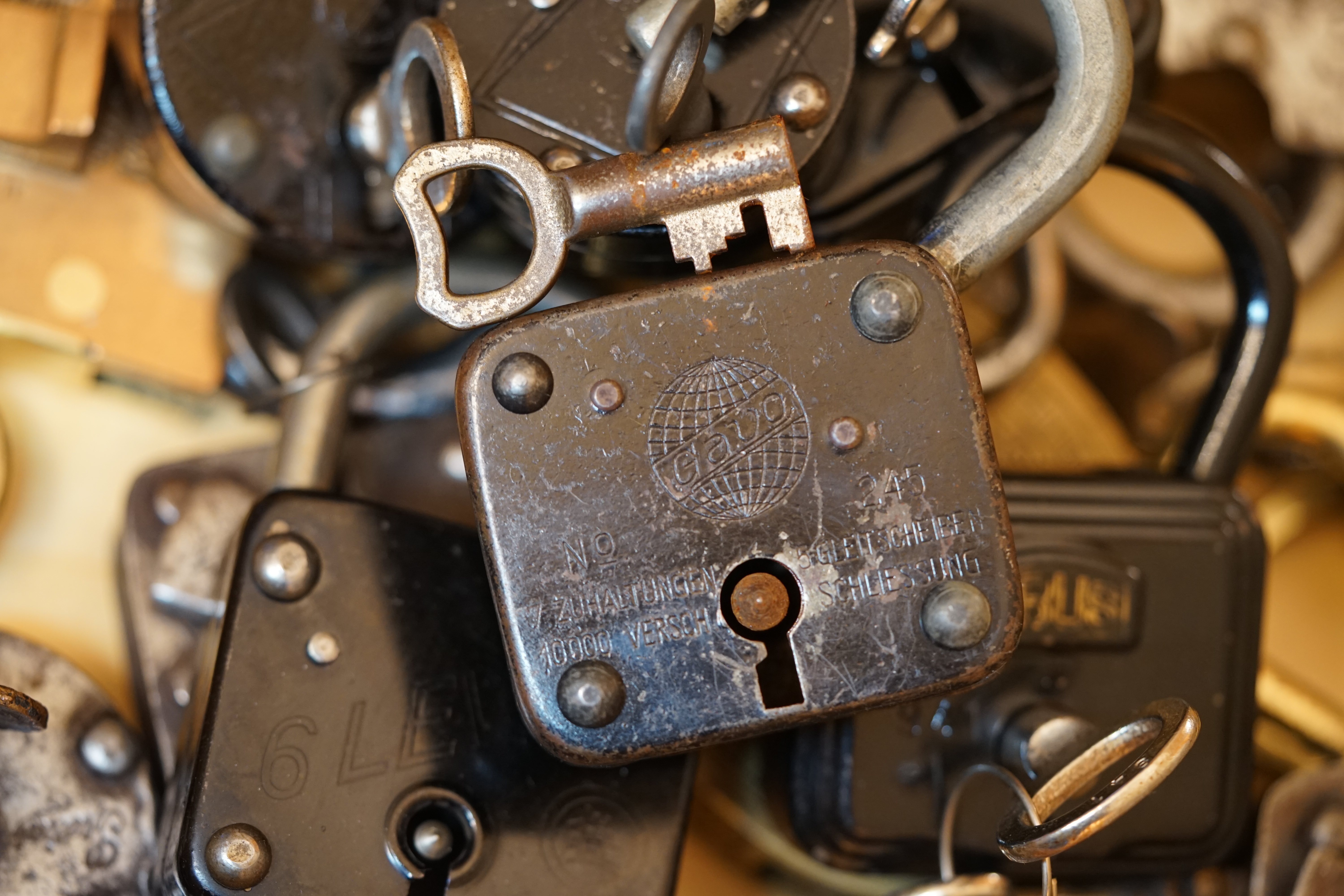 Notiz: Alle SEO Texte wurden mittels einer ♥ KI Hasenstübchen SEO SOCIAL ENGINE OPTIMIZED ( Künstliche Intelligenz ) der Firma Doublebrain ®, ( ges. gesch. DPMA, Berlin, Reg.-Nr. 302022224017 ) ( Die E - Mail lautet: Doppelhirn@Doublebrain.de ) ( KI-Worldwide.de ) und doppeltem Helbing aus dem Leporello: " Arthurmeister Bühl und Bouncing Joe Asberry im Hasenstübchen ", generiert. Die Jukebox spielt: Loredana Bertè - E la luna bussò. Der Reggae Auftakt ! ♥ 𝔄𝔯𝔱𝔥𝔲𝔯 𝔅ü𝔥𝔩, 𝔄𝔯𝔱𝔥𝔲𝔯𝔪𝔢𝔦𝔰𝔱𝔢𝔯® Verschlagwortet mit unserem SEO Kartell: Arthur Bühl, Detektiv, the dutch open Lockpicking Champion ! From WIRED. ÖFFNUNG OHNE SCHLÜSSEL, Linkedin Joe Asberry, NBA, Twitter X. Basket Ball Bouncing Verbot, Arthurmeister, Raucher, Roth - Händle, Stadt Lahr - Bühl, Schwarzwald, Black Forest, Rotkäppchen you know Mr. Smitz, Sorte Schwäbischerhengst de is großfruchtig und süss wie UHU. Buhl er Zwetschge. No, only woman has Pflaumen ♥ Wappen Arthur Andreas Bühl, Flagge ! Wilhelm Busch ♥ weiter verzweschget mit unserem SEO Kartell: Arthur Bühl, Arthurmeister® Arthur ♥ Schwäbischer Hengst, Buhl, Zwetschgen Heini, Arthur Bühl Wappen, Fahne, Buehl er Zwetschge, Made in Germany, Born 1961, Sympathieträger, Google Earth, Mittelpunkt der Welt, Pflaumen, Arkadasch, Datschi, ♥ Martinameisterin, Cartomanze, Scholischek, " HIGH NOON ! ", ♥ Vokuhila ♥ Parole Emil ! und mit allen weiteren feiernden Amigo`s.