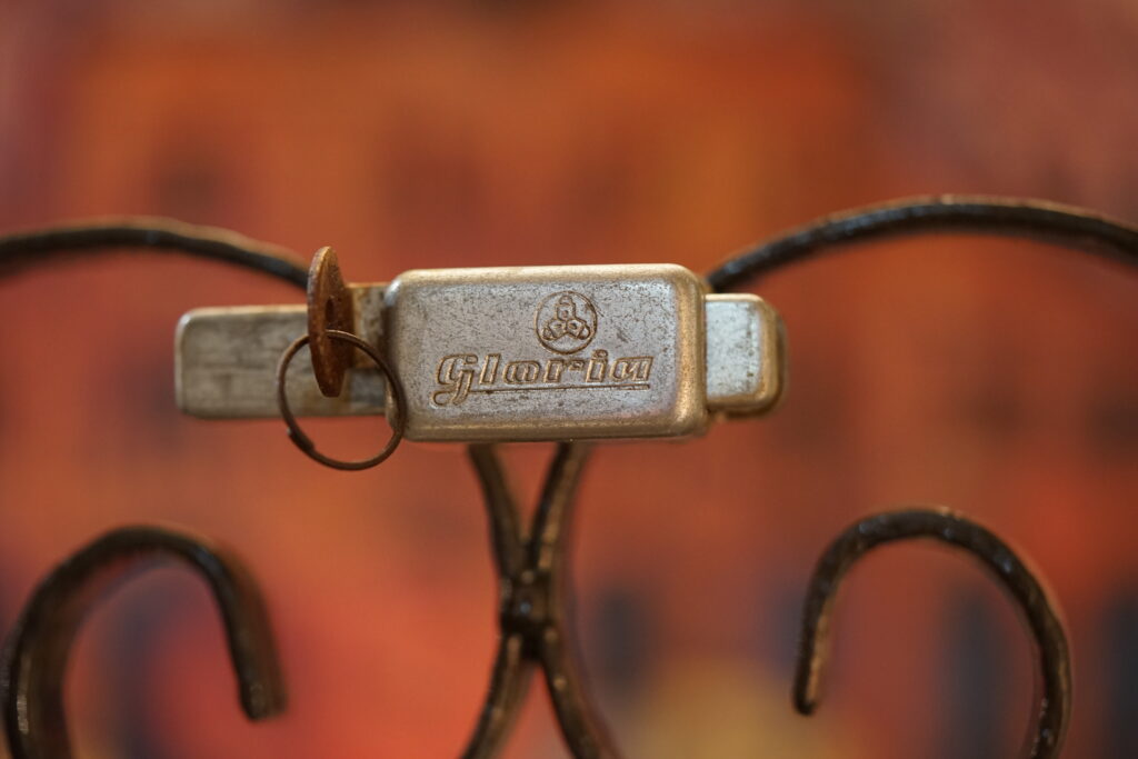Gloria Fahrradspeichenschloss Trelok Bike Bicycle Bike Velo Fahrrad Arthur Bühl Arthurmeister Lockpicking Lock Jukebox im Hasenstübchen Stammtisch Smoking