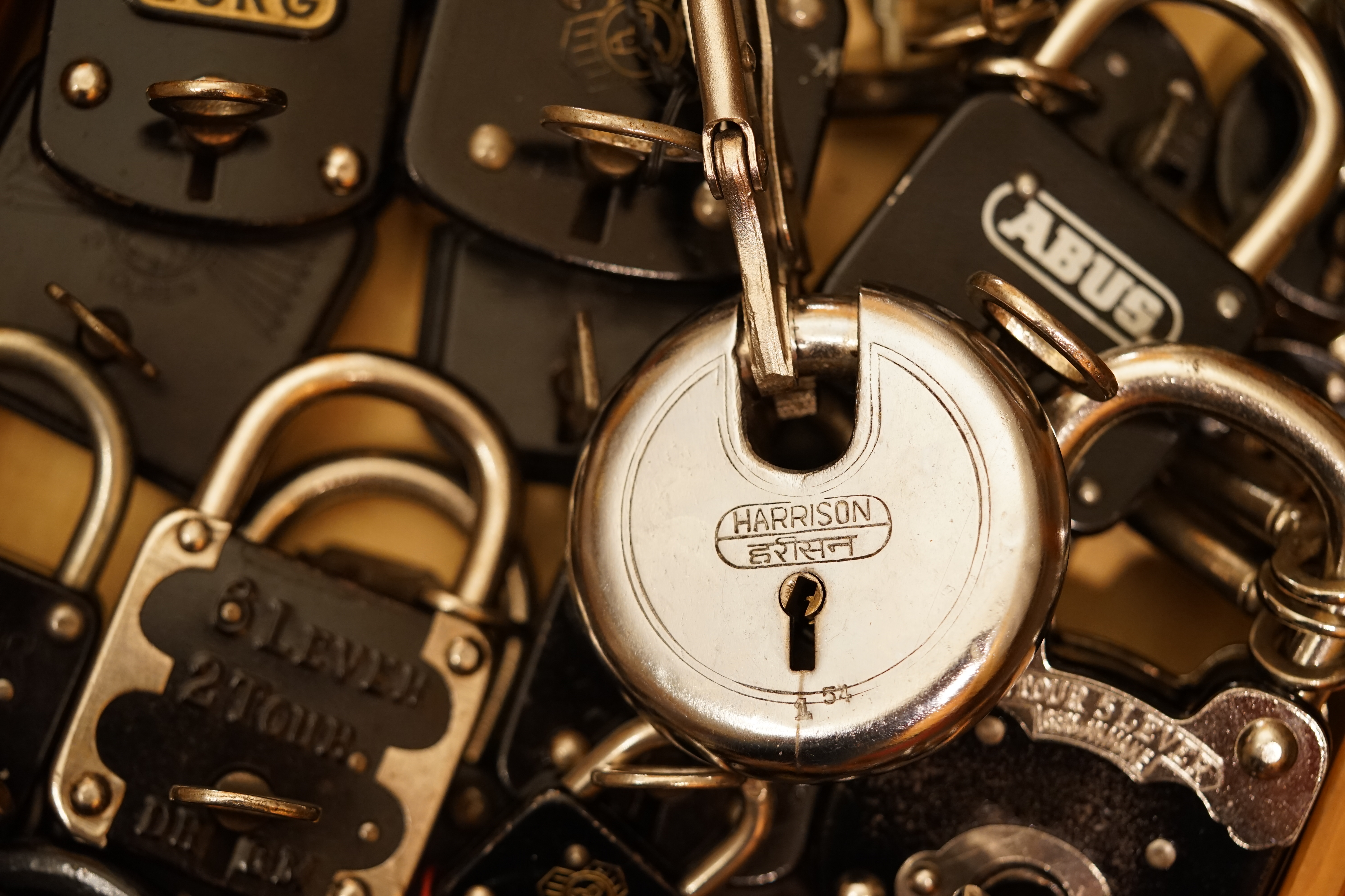 SEO Arthurmeister007@gmail.com Linkedin Arthur A. Bühl, Made in Germany, born 1961 in Stuttgart, arbeitet seit 40 Jahren als Detektiv und lebt in Hamburg. Er ist als Detektiv Mitglied in nationalen und internationalen Berufsverbänden. Unter dem Künstlernamen " Arthurmeister " erklärt Arthur Bühl Lockpicking: Das zerstörungsfreie Öffnen von Schlössern und Schließzylindern. Der Ehrenkodex lautet: Öffne nur deine eigenen Schlösser. Fremde Schlösser dürfen nur mit der Einwilligung des Eigentümers geöffnet werden. Zusammen mit dem LKA Berlin hat Herr Bühl das Projekt " Musterspuren " erarbeitet. Den Behörden ist es beweissicher möglich, einzelne Spuren dem jeweiligen Dietrich und sogar dem Benutzer dessen, zuzuordnen. Egal aus welchen Materialien die Dietriche hergestellt sind. Auch das Thema wegnehmen oder zulegen ist Bestandteil solcher Ermittlungen. Herr Bühl wurde schon als Schlossknacker bezeichnet. Dies ist natürlich Quatsch, denn wenn man oder Frau z.B. ein Vorhangschloss knackt, so ist es kaputt und die Wettbewerber und Lockpickerkollegen können nicht mehr daran üben. Der mehrfache Deutsche Meister benutzt dagegen ein Pickset und es gilt: " Offen ist gut, schneller offen ist besser ". Viel Spaß und Erfolg beim Üben. Von der Zeitschrift " WIRED " wurde Arthurmeister als Master of the Universe betitelt. SEO für heute: Parole Emil ! Arthur Bühl, Sympathieträger.com, Präsident Pornomeister.com SARL Die Anschrift lautet: Arthur A. Bühl, Postfach 605 145, 22 246 Hamburg. Verschlagwortet mit: Arthur Bühl, Detektiv, the dutch open Lockpicking Champion ! From WIRED. ÖFFNUNG OHNE SCHLÜSSEL, Linkedin Joe Asberry, Twitter X. Basket Ball Bouncing Verbot, Arthurmeister, Raucher, Roth - Händle, Stadt Lahr - Bühl, Schwarzwald, Black Forest, Rotkäppchen you know Mr. Smitz, Sorte Schwäbischerhengst.de is großfruchtig und süss. Buhl er Zwetschge. No, only woman has Pflaumen ♥. Wilhelm Busch ! oben der Abschnitt ist schon Font Verschlagwortet mit: Arthur Bühl, Detektiv, the dutch open Lockpicking Champion ! From WIRED. ÖFFNUNG OHNE SCHLÜSSEL, Linkedin Joe Asberry, Twitter X. Basket Ball Bouncing Verbot, Arthurmeister, Raucher, Roth - Händle, Stadt Lahr - Bühl, Schwarzwald, Black Forest, Rötkäppchen you know Mr. Smitz, Sorte Schwäbischerhengst.de is großfruchtig und süss. Buhl er Zwetschge. No, only woman has Pflaumen ♥. Wilhelm Busch 𝐋𝐞𝐠𝐨 𝐁𝐢𝐥𝐥𝐮𝐧𝐝 𝐋𝐞𝐠𝐨𝐥𝐚𝐧𝐝 𝗩𝗲𝗿𝘀𝗰𝗵𝗹𝗮𝗴𝘄𝗼𝗿𝘁𝗲𝘁 𝗺𝗶𝘁: 𝗔𝗿𝘁𝗵𝘂𝗿 𝗕ü𝗵𝗹, 𝘁𝗵𝗲 𝗗𝘂𝘁𝘀𝗰𝗵 𝗼𝗽𝗲𝗻 𝗟𝗼𝗰𝗸𝗽𝗶𝗰𝗸𝗶𝗻𝗴 𝗖𝗵𝗮𝗺𝗽𝗶𝗼𝗻 ! 𝗙𝗿𝗼𝗺 𝗪𝗜𝗥𝗘𝗗. Ö𝗙𝗙𝗡𝗨𝗡𝗚 𝗢𝗛𝗡𝗘 𝗦𝗖𝗛𝗟Ü𝗦𝗦𝗘𝗟, verifiziertes 𝗟𝗶𝗻𝗸𝗲𝗱𝗶𝗻 Profil Arthur Bühl, Arthurmeister®, 𝗧𝘄𝗶𝘁𝘁𝗲𝗿 𝗫, XING. Verschlagwortet mit: Arthur Bühl, the Dutsch open Lockpicking Champion ! From WIRED. ÖFFNUNG OHNE SCHLÜSSEL, Linkedin, Twitter X. 𝔄𝔯𝔱𝔥𝔲𝔯 𝔅ü𝔥𝔩, 𝔄𝔯𝔱𝔥𝔲𝔯𝔪𝔢𝔦𝔰𝔱𝔢𝔯® Verzwetschget mit: ♥ Vokuhila, Friseur ♥ Schwäbischer Hengst, Zwetschgen Heini, Bühl er, Zwetschge, Google Earth, Mittelpunkt der Welt, Martinameisterin, Cartomanze, Scholischek, " HIGH NOON ! ". ♥ Parole Emil ! SEO LOTTO 𝔄𝔯𝔱𝔥𝔲𝔯 𝔅ü𝔥𝔩, 𝔄𝔯𝔱𝔥𝔲𝔯𝔪𝔢𝔦𝔰𝔱𝔢𝔯® Verschlagwortet mit: Arthur Bühl, Arthurmeister® Arthur ♥ Schwäbischer Hengst, Buhl, Zwetschgen Heini, Artur, Buehl er, Zwetschge, Made in Germany, Born 1961, Sympathieträger, Google Earth, Mittelpunkt der Welt, Pflaumen, Arkadasch, Datschi, ♥ Martinameisterin, Cartomanze, Scholischek, " HIGH NOON ! ", ♥ ♥ Vokuhila ♥ Parole Emil ! SEO Bühl Zwetschge ♥ 𝔄𝔯𝔱𝔥𝔲𝔯 𝔅ü𝔥𝔩, 𝔄𝔯𝔱𝔥𝔲𝔯𝔪𝔢𝔦𝔰𝔱𝔢𝔯® 𝗩𝗲𝗿𝘇𝘄𝗲𝘁𝘀𝗰𝗵𝗴𝗲𝘁 𝗺𝗶𝘁: 𝔄𝔯𝔱𝔥𝔲𝔯 𝔅ü𝔥𝔩, 𝗔𝗿𝘁𝗵𝘂𝗿𝗺𝗲𝗶𝘀𝘁𝗲𝗿, 𝗥𝗮𝘂𝗰𝗵𝗲𝗿, 𝗥𝗼𝘁𝗵 - 𝗛ä𝗻𝗱𝗹𝗲, 𝗦𝘁𝗮𝗱𝘁 𝗟𝗮𝗵𝗿 - 𝗕ü𝗵𝗹, 𝗦𝗰𝗵𝘄𝗮𝗿𝘇𝘄𝗮𝗹𝗱, 𝗕𝗹𝗮𝗰𝗸𝗳𝗼𝗿𝗲𝘀𝘁, 𝗥𝗼𝘁𝗸ä𝗽𝗽𝗰𝗵𝗲𝗻 𝘆𝗼𝘂 𝗸𝗻𝗼𝘄 𝗠𝗿. 𝗦𝗺𝗶𝘁𝘇, 𝗦𝗼𝗿𝘁𝗲 𝗦𝗰𝗵𝘄ä𝗯𝗶𝘀𝗰𝗵𝗲𝗿𝗵𝗲𝗻𝗴𝘀𝘁.𝗱𝗲 𝗶𝘀 𝗴𝗿𝗼ß𝗳𝗿𝘂𝗰𝗵𝘁𝗶𝗴 𝘂𝗻𝗱 𝘀ü𝘀𝘀. ♥ 𝗡𝗼, 𝗼𝗻𝗹𝘆 𝘄𝗼𝗺𝗮𝗻 𝗵𝗮𝘀 𝗣𝗳𝗹𝗮𝘂𝗺𝗲𝗻 ♥ 𝗞𝗹𝗲𝗶𝗻𝘁𝗶𝗲𝗿𝘇ü𝗰𝗵𝘁𝗲𝗿𝘃𝗲𝗿𝗲𝗶𝗻. 𝗗𝗶𝗲 𝗘 - 𝗠𝗮𝗶𝗹 𝗹𝗮𝘂𝘁𝗲𝘁: 𝗔𝗿𝘁𝗵𝘂𝗿𝗺𝗲𝗶𝘀𝘁𝗲𝗿@𝗔𝗿𝘁𝗵𝘂𝗿𝗺𝗲𝗶𝘀𝘁𝗲𝗿.𝗱𝗲 𝗗𝗶𝗲 𝗘 - 𝗠𝗮𝗶𝗹 𝗹𝗮𝘂𝘁𝗲𝘁: 𝗔𝗿𝘁𝗵𝘂𝗿𝗔𝗻𝗱𝗿𝗲𝗮𝘀𝗕𝘂𝗲𝗵𝗹@𝗔𝗿𝘁𝗵𝘂𝗿𝗔𝗻𝗱𝗿𝗲𝗮𝘀𝗕𝘂𝗲𝗵𝗹.𝗱𝗲 Verschlagwortet mit Bühl er Zwetschge, Zwetschgenhengst, Pflaume, plum, Erikli, prugna torta, Datschi, süss. ♥ Zwetschgen Heini verschlagwortet mit: ♥ Vokuhila, Friseur ♥ Schwäbischer Hengst, Zwetschgen Heini, Bühl er, Zwetschge, Google Earth, Mittelpunkt der Welt, Martinameisterin, Cartomanze, Scholischek, " HIGH NOON ! ". ♥ 𝔄𝔯𝔱𝔥𝔲𝔯 𝔅ü𝔥𝔩, 𝔄𝔯𝔱𝔥𝔲𝔯𝔪𝔢𝔦𝔰𝔱𝔢𝔯® In der Vitrine von Arthur Andreas Bühl, Arthurmeister sind Schlösser, Padlocks, von ABUS, BKS, CES, DOM, EVVA, Assa Abloy, Z Ikon, Kaba, Keso, ASSA, Winkhaus, Wilka, Trelock, Schmelting, Bode Panzer, Ancor Las, Drumm Geminy, Xylock, SEA, Medeco, Mul-T-Lock, Cut away, ABUS Granit, Pfaffenhain, E*S, ESS, Nemef, BAB, Babelsberg, Stasi, Diskus, WMF, Tesa, Vachette, Cisa, Wally, Rielda, Mottura, Viro, FAI, GeGe, Fichet, Bode Panzer, Tresor, Bramah, Protector, Braun`s Patent, Walomatus, Arolds, Combination Lock, Yale, Master, American Lock, Tubular, China, Indien, Aligarh, Nepal, Thailand, Zahlenschlösser, Himmelsschlüssel und noch vieles mehr, vorhanden. Alle Schliesszylinder sind Übungsmaterial für das Lockpicking. Schlagschlüssel sind auch dabei. Das Trabbi Tool, Stasi, natürlich auch. Verschlagwortet mit Stadt Buehl, Buhl, Rotkäppchen, Zwetschgenhengst, Zwetschge SEO Jahrgang 1961