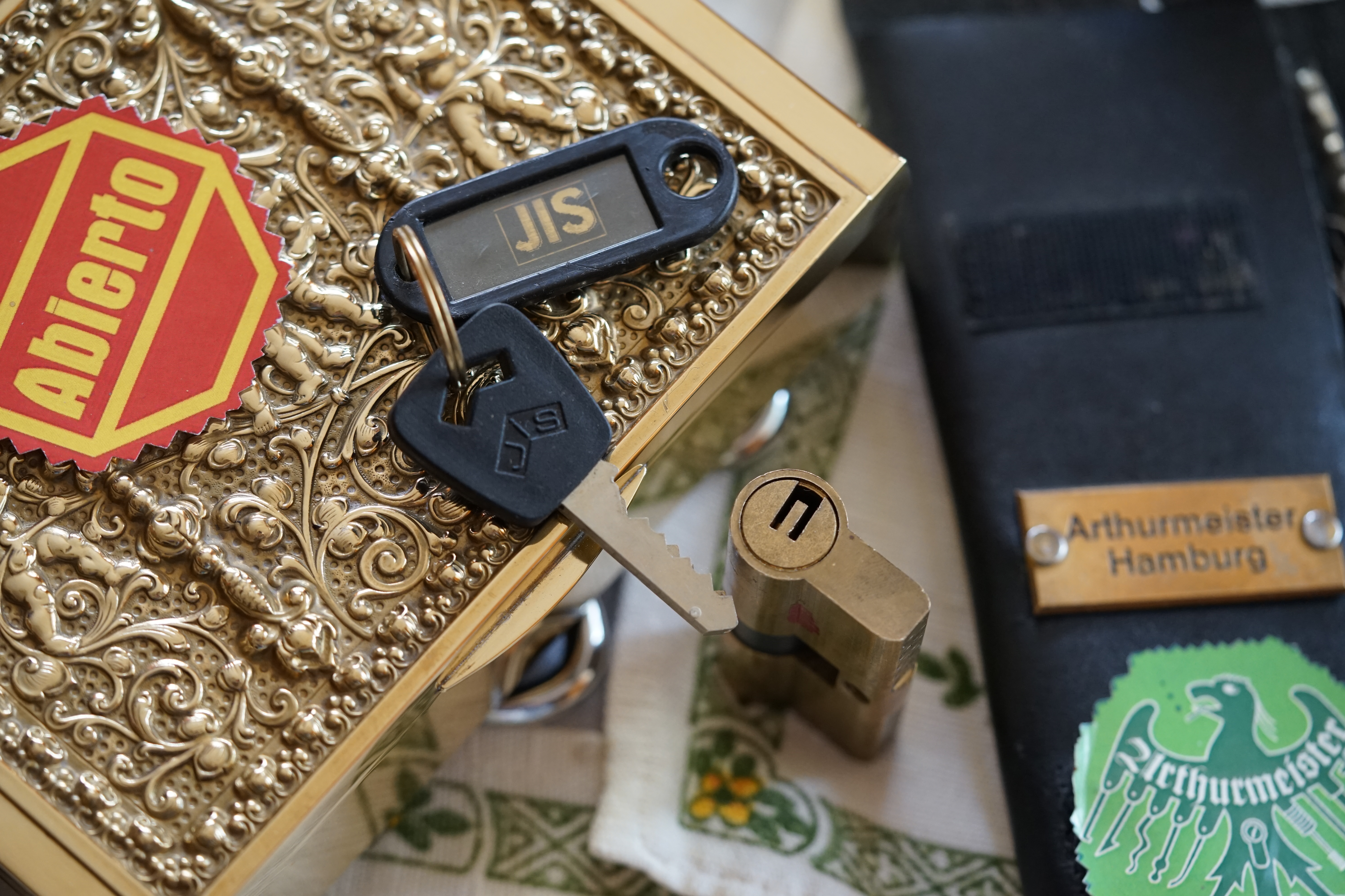 JIS Zylinderschloss offen abierto open offe aperto Schlüssel Arthurmeister Adler Lockpicking Meister