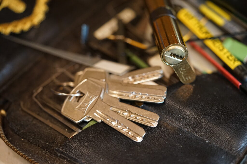 KALE Zylinder Key offen open Arthur Bühl Lockpicking Master of the Universe Wired USA international