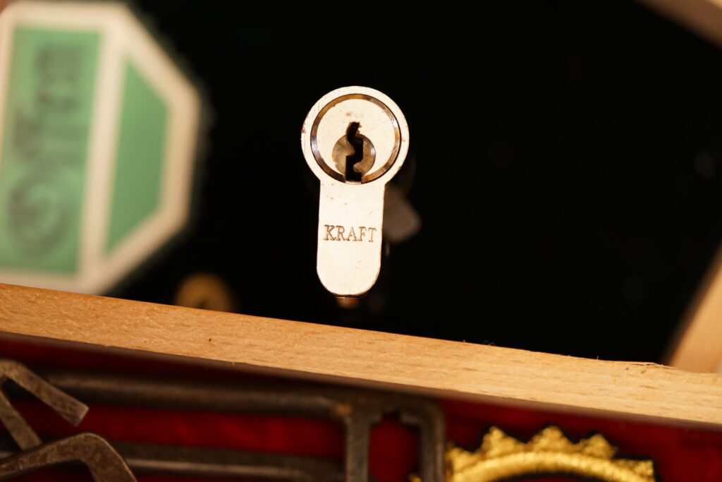 OFFEN KRAFT Strength Muskeln Schließzylinder offen open Lockpicking Arthur Bühl Arthurmeister