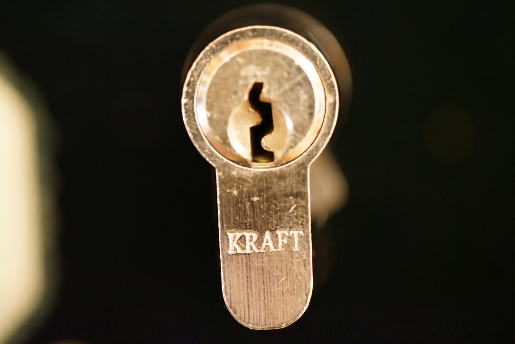 KRAFT Strength Muskeln Schließzylinder offen open Lockpicking Arthur Bühl Arthurmeister Master of the Universe Sympathieträger Wired