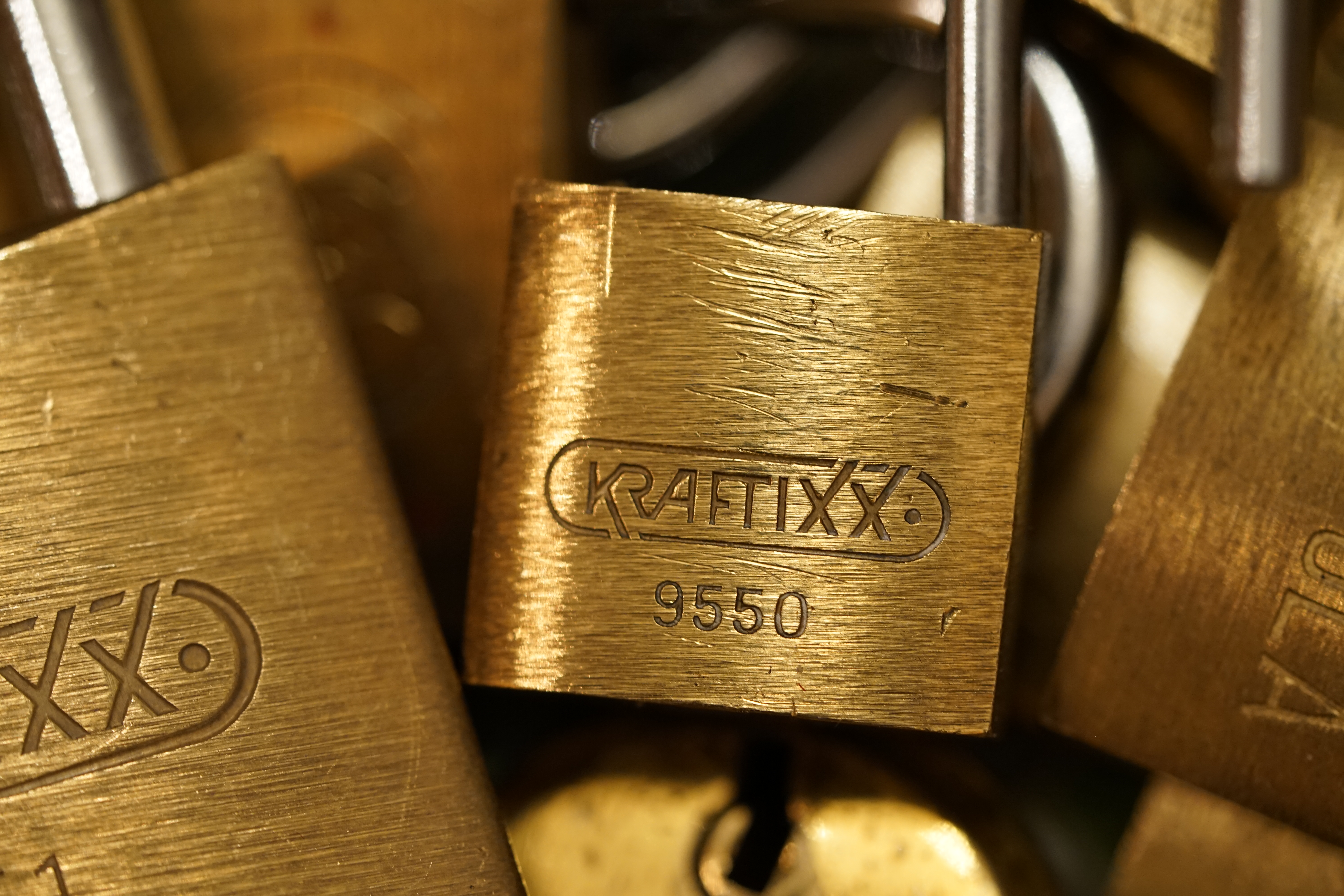 SEO Arthurmeister007@gmail.com Linkedin Arthur A. Bühl, Made in Germany, born 1961 in Stuttgart, arbeitet seit 40 Jahren als Detektiv und lebt in Hamburg. Er ist als Detektiv Mitglied in nationalen und internationalen Berufsverbänden. Unter dem Künstlernamen " Arthurmeister " erklärt Arthur Bühl Lockpicking: Das zerstörungsfreie Öffnen von Schlössern und Schließzylindern. Der Ehrenkodex lautet: Öffne nur deine eigenen Schlösser. Fremde Schlösser dürfen nur mit der Einwilligung des Eigentümers geöffnet werden. Zusammen mit dem LKA Berlin hat Herr Bühl das Projekt " Musterspuren " erarbeitet. Den Behörden ist es beweissicher möglich, einzelne Spuren dem jeweiligen Dietrich und sogar dem Benutzer dessen, zuzuordnen. Egal aus welchen Materialien die Dietriche hergestellt sind. Auch das Thema wegnehmen oder zulegen ist Bestandteil solcher Ermittlungen. Herr Bühl wurde schon als Schlossknacker bezeichnet. Dies ist natürlich Quatsch, denn wenn man oder Frau z.B. ein Vorhangschloss knackt, so ist es kaputt und die Wettbewerber und Lockpickerkollegen können nicht mehr daran üben. Der mehrfache Deutsche Meister benutzt dagegen ein Pickset und es gilt: " Offen ist gut, schneller offen ist besser ". Viel Spaß und Erfolg beim Üben. Von der Zeitschrift " WIRED " wurde Arthurmeister als Master of the Universe betitelt. SEO für heute: Parole Emil ! Arthur Bühl, Sympathieträger.com, Präsident Pornomeister.com SARL Die Anschrift lautet: Arthur A. Bühl, Postfach 605 145, 22 246 Hamburg. Verschlagwortet mit: Arthur Bühl, Detektiv, the dutch open Lockpicking Champion ! From WIRED. ÖFFNUNG OHNE SCHLÜSSEL, Linkedin Joe Asberry, Twitter X. Basket Ball Bouncing Verbot, Arthurmeister, Raucher, Roth - Händle, Stadt Lahr - Bühl, Schwarzwald, Black Forest, Rotkäppchen you know Mr. Smitz, Sorte Schwäbischerhengst.de is großfruchtig und süss. Buhl er Zwetschge. No, only woman has Pflaumen ♥. Wilhelm Busch ! oben der Abschnitt ist schon Font Verschlagwortet mit: Arthur Bühl, Detektiv, the dutch open Lockpicking Champion ! From WIRED. ÖFFNUNG OHNE SCHLÜSSEL, Linkedin Joe Asberry, Twitter X. Basket Ball Bouncing Verbot, Arthurmeister, Raucher, Roth - Händle, Stadt Lahr - Bühl, Schwarzwald, Black Forest, Rötkäppchen you know Mr. Smitz, Sorte Schwäbischerhengst.de is großfruchtig und süss. Buhl er Zwetschge. No, only woman has Pflaumen ♥. Wilhelm Busch 𝐋𝐞𝐠𝐨 𝐁𝐢𝐥𝐥𝐮𝐧𝐝 𝐋𝐞𝐠𝐨𝐥𝐚𝐧𝐝 𝗩𝗲𝗿𝘀𝗰𝗵𝗹𝗮𝗴𝘄𝗼𝗿𝘁𝗲𝘁 𝗺𝗶𝘁: 𝗔𝗿𝘁𝗵𝘂𝗿 𝗕ü𝗵𝗹, 𝘁𝗵𝗲 𝗗𝘂𝘁𝘀𝗰𝗵 𝗼𝗽𝗲𝗻 𝗟𝗼𝗰𝗸𝗽𝗶𝗰𝗸𝗶𝗻𝗴 𝗖𝗵𝗮𝗺𝗽𝗶𝗼𝗻 ! 𝗙𝗿𝗼𝗺 𝗪𝗜𝗥𝗘𝗗. Ö𝗙𝗙𝗡𝗨𝗡𝗚 𝗢𝗛𝗡𝗘 𝗦𝗖𝗛𝗟Ü𝗦𝗦𝗘𝗟, verifiziertes 𝗟𝗶𝗻𝗸𝗲𝗱𝗶𝗻 Profil Arthur Bühl, Arthurmeister®, 𝗧𝘄𝗶𝘁𝘁𝗲𝗿 𝗫, XING. Verschlagwortet mit: Arthur Bühl, the Dutsch open Lockpicking Champion ! From WIRED. ÖFFNUNG OHNE SCHLÜSSEL, Linkedin, Twitter X. 𝔄𝔯𝔱𝔥𝔲𝔯 𝔅ü𝔥𝔩, 𝔄𝔯𝔱𝔥𝔲𝔯𝔪𝔢𝔦𝔰𝔱𝔢𝔯® Verzwetschget mit: ♥ Vokuhila, Friseur ♥ Schwäbischer Hengst, Zwetschgen Heini, Bühl er, Zwetschge, Google Earth, Mittelpunkt der Welt, Martinameisterin, Cartomanze, Scholischek, " HIGH NOON ! ". ♥ Parole Emil ! SEO LOTTO 𝔄𝔯𝔱𝔥𝔲𝔯 𝔅ü𝔥𝔩, 𝔄𝔯𝔱𝔥𝔲𝔯𝔪𝔢𝔦𝔰𝔱𝔢𝔯® Verschlagwortet mit: Arthur Bühl, Arthurmeister® Arthur ♥ Schwäbischer Hengst, Buhl, Zwetschgen Heini, Artur, Buehl er, Zwetschge, Made in Germany, Born 1961, Sympathieträger, Google Earth, Mittelpunkt der Welt, Pflaumen, Arkadasch, Datschi, ♥ Martinameisterin, Cartomanze, Scholischek, " HIGH NOON ! ", ♥ ♥ Vokuhila ♥ Parole Emil ! SEO Bühl Zwetschge ♥ 𝔄𝔯𝔱𝔥𝔲𝔯 𝔅ü𝔥𝔩, 𝔄𝔯𝔱𝔥𝔲𝔯𝔪𝔢𝔦𝔰𝔱𝔢𝔯® 𝗩𝗲𝗿𝘇𝘄𝗲𝘁𝘀𝗰𝗵𝗴𝗲𝘁 𝗺𝗶𝘁: 𝔄𝔯𝔱𝔥𝔲𝔯 𝔅ü𝔥𝔩, 𝗔𝗿𝘁𝗵𝘂𝗿𝗺𝗲𝗶𝘀𝘁𝗲𝗿, 𝗥𝗮𝘂𝗰𝗵𝗲𝗿, 𝗥𝗼𝘁𝗵 - 𝗛ä𝗻𝗱𝗹𝗲, 𝗦𝘁𝗮𝗱𝘁 𝗟𝗮𝗵𝗿 - 𝗕ü𝗵𝗹, 𝗦𝗰𝗵𝘄𝗮𝗿𝘇𝘄𝗮𝗹𝗱, 𝗕𝗹𝗮𝗰𝗸𝗳𝗼𝗿𝗲𝘀𝘁, 𝗥𝗼𝘁𝗸ä𝗽𝗽𝗰𝗵𝗲𝗻 𝘆𝗼𝘂 𝗸𝗻𝗼𝘄 𝗠𝗿. 𝗦𝗺𝗶𝘁𝘇, 𝗦𝗼𝗿𝘁𝗲 𝗦𝗰𝗵𝘄ä𝗯𝗶𝘀𝗰𝗵𝗲𝗿𝗵𝗲𝗻𝗴𝘀𝘁.𝗱𝗲 𝗶𝘀 𝗴𝗿𝗼ß𝗳𝗿𝘂𝗰𝗵𝘁𝗶𝗴 𝘂𝗻𝗱 𝘀ü𝘀𝘀. ♥ 𝗡𝗼, 𝗼𝗻𝗹𝘆 𝘄𝗼𝗺𝗮𝗻 𝗵𝗮𝘀 𝗣𝗳𝗹𝗮𝘂𝗺𝗲𝗻 ♥ 𝗞𝗹𝗲𝗶𝗻𝘁𝗶𝗲𝗿𝘇ü𝗰𝗵𝘁𝗲𝗿𝘃𝗲𝗿𝗲𝗶𝗻. 𝗗𝗶𝗲 𝗘 - 𝗠𝗮𝗶𝗹 𝗹𝗮𝘂𝘁𝗲𝘁: 𝗔𝗿𝘁𝗵𝘂𝗿𝗺𝗲𝗶𝘀𝘁𝗲𝗿@𝗔𝗿𝘁𝗵𝘂𝗿𝗺𝗲𝗶𝘀𝘁𝗲𝗿.𝗱𝗲 𝗗𝗶𝗲 𝗘 - 𝗠𝗮𝗶𝗹 𝗹𝗮𝘂𝘁𝗲𝘁: 𝗔𝗿𝘁𝗵𝘂𝗿𝗔𝗻𝗱𝗿𝗲𝗮𝘀𝗕𝘂𝗲𝗵𝗹@𝗔𝗿𝘁𝗵𝘂𝗿𝗔𝗻𝗱𝗿𝗲𝗮𝘀𝗕𝘂𝗲𝗵𝗹.𝗱𝗲 Verschlagwortet mit Bühl er Zwetschge, Zwetschgenhengst, Pflaume, plum, Erikli, prugna torta, Datschi, süss. ♥ Zwetschgen Heini verschlagwortet mit: ♥ Vokuhila, Friseur ♥ Schwäbischer Hengst, Zwetschgen Heini, Bühl er, Zwetschge, Google Earth, Mittelpunkt der Welt, Martinameisterin, Cartomanze, Scholischek, " HIGH NOON ! ". ♥ 𝔄𝔯𝔱𝔥𝔲𝔯 𝔅ü𝔥𝔩, 𝔄𝔯𝔱𝔥𝔲𝔯𝔪𝔢𝔦𝔰𝔱𝔢𝔯® In der Vitrine von Arthur Andreas Bühl, Arthurmeister sind Schlösser, Padlocks, von ABUS, BKS, CES, DOM, EVVA, Assa Abloy, Z Ikon, Kaba, Keso, ASSA, Winkhaus, Wilka, Trelock, Schmelting, Bode Panzer, Ancor Las, Drumm Geminy, Xylock, SEA, Medeco, Mul-T-Lock, Cut away, ABUS Granit, Pfaffenhain, E*S, ESS, Nemef, BAB, Babelsberg, Stasi, Diskus, WMF, Tesa, Vachette, Cisa, Wally, Rielda, Mottura, Viro, FAI, GeGe, Fichet, Bode Panzer, Tresor, Bramah, Protector, Braun`s Patent, Walomatus, Arolds, Combination Lock, Yale, Master, American Lock, Tubular, China, Indien, Aligarh, Nepal, Thailand, Zahlenschlösser, Himmelsschlüssel und noch vieles mehr, vorhanden. Alle Schliesszylinder sind Übungsmaterial für das Lockpicking. Schlagschlüssel sind auch dabei. Das Trabbi Tool, Stasi, natürlich auch. Verschlagwortet mit Stadt Buehl, Buhl, Rotkäppchen, Zwetschgenhengst, Zwetschge SEO Jahrgang 1961