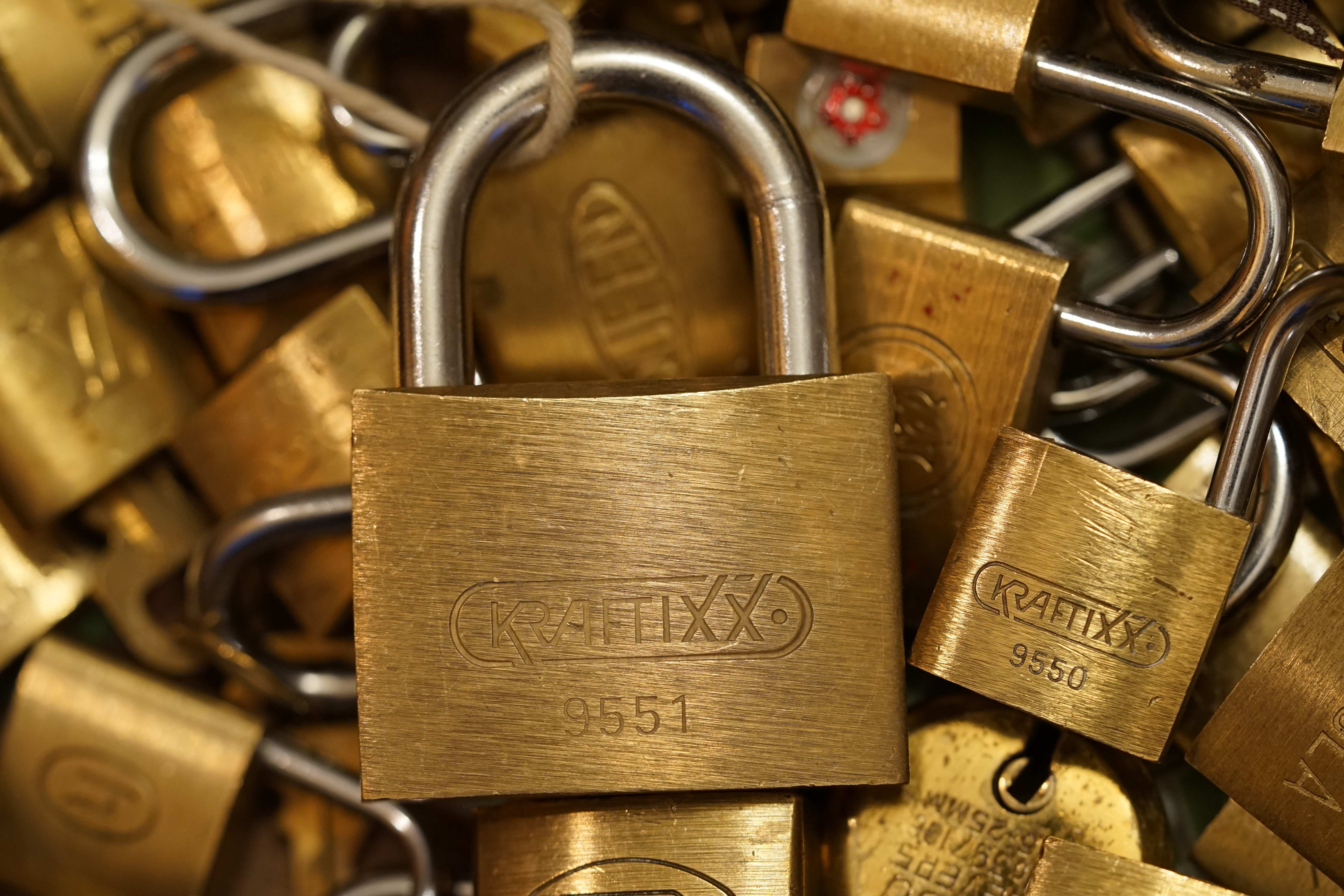 SEO Bühl Wappen Bühl. Arthur Andreas Bühl. Der Sympathieträger ist in Stuttgart, Baden - Württemberg geboren. Der Detektiv lebt in HAM. H1 Text der SEO schreibt: 𝔄𝔯𝔱𝔥𝔲𝔯 𝔅ü𝔥𝔩, 𝔄𝔯𝔱𝔥𝔲𝔯𝔪𝔢𝔦𝔰𝔱𝔢𝔯® Bühl, Arthur, Jahrgang 1961, Made in Germany, Detektiv or Private Investigator how Mr. Smitz from the PLAYBOY, Beverly Hills, say`s. Yes Mr. Smitz i will send you the Photo Arthurmeister`s F 1, Jacket for your LeporelloUS. to your E - Mail Mr.Smitz@Mr.Smitz.us. Ok, Mr. Smitz. Mr. Smitz do you know what Google Earth is ? Take BÜHL Arthur, only by Google Earth, you know ? have done it ? Yes Google will show you my Panel superfast. Cool, Arthurmeister, cool. Yes Mr. Smitz, this can i do for you too ! Yes with SEO. Yes, yes, i have Arkadasch erklärt, sein Erikli pasta is not so genial. Der beste Zwetschgenkuchen, you know plum tart, is from the Stadt Bühl. Not laughing in the USA. Bühl is a City like my Name. And the People in this City called it: Zwetschgendatschi ! you know. This is the world best plumcake. Yes Datschi. Yes, Stadt Bühl is near Baden - Baden, the Casino, you know ! Yes. Baden-Württemberg. You must know there is since 1927 the traditionell Zwetschgenfest. And there ist the Zwetschgenkönigin ! Mr. Smitz, my Ur Ur Ur Ur Grandfather is born in Bühl. My Great Grand Grand Mother where also born in the town Bühl. Their profession was Zwetschgenpicker. Not Lockpicker, Zwetschgen / Plum Picker. And Rüttler. Oh, really ! Yes, Yes. And since this time the name of the family Bühl from the Stadt Bühl is: Yes you know - Buehl. Yes i will give Greetings from you to Mrs. Friede Springer from the Newspaper BILD et. Yes, the Elbphilharmonie is in Betrieb. OH, Mr. Smitz, greeting´s to you from Joe Asbbery, NBA, you know. Tomorrow we will meet us in the Hasenstübchen, our Rabbit Hall. For Lockpicking und Beer. Call you. Parole Emil ! H1 Text der SEO schreibt weiter: 𝔄𝔯𝔱𝔥𝔲𝔯 𝔅ü𝔥𝔩, 𝔄𝔯𝔱𝔥𝔲𝔯𝔪𝔢𝔦𝔰𝔱𝔢𝔯® Herr Arthur Bühl, kritischer Detektiv aus der Hansestadt Hamburg, bereitet sich auf ein Interview mit der BILD et vor. Bei Babsi und Gina in Fuhlsbüttel wird ihm zuvor der Vokuhila geschnitten. Herr Arthur Bühl wurde schon in der BILD et als " Herr der Schlösser " beschrieben. " Ein bisschen Ruhe bitte " schreibt Jan Freitag von der TAZ. Er erwähnt auch eine Mustertür by Wendt. Es wird darin herumgeprökelt. Selbst Arthur Bühl, der weltbeste aus dem Lockpicker Mekka Hamburg, betreibt pures Understatement, weil er sein Schloss in nur 20 Sekunden " geknackt " hat. Charles Graeber von der Wired.com beschreibt in seinem Artikel Master Lock - Pickers do bottle Arthur Bühl " The Master of the Universe ", Arthur Bühl a private Detective of Germany open locks. Bühl`s Fabio - the - Barbarian Look stands out. He wins the Dutch Open and is now Master of the Universe. The people cry: " Arthurmeister ! booms Arthurmeister ". Mark Webber Tobias, the Author of Locks, Safes, and Security, a Police Reverence, say: Arthurmeister, that ist beautyful. " Open ! " sagt Arthurmeister ", offen ist gut, schneller offen ist besser ". " Beer !" Arthurmeister booms back and a new Champion is born. Die Welt berichtet: " Die Kunst, Schlösser ohne Schlüssel zu öffnen ". Vereinsmitbegründer und Vizepräsident Arthur Bühl trägt seine Leidenschaft schon auf der Krawatte. Sie ist rot mit gelben Schlüsseln drauf. Intern wird er ehrfürchtig " Meister Arthur " gerufen. Er hat es zum siebenfachen Deutschen Meister in verschiedenen Disziplinen geschafft. Er pickt seit der Kindheit. Sein erstes Trainingsobjekt war sein Spardosenschloss - Ein klassischer Einstieg… . Die Slate berichtet über Arthur Bühl als Lockpicking Legend. Es gibt einen Artikel Tool for Picking and Decoding by Stasi, CCC, Vortrag Berlin. Amateur Hour berichtet: Arthurmeister has " The Master Touch ". Bei den Kaba Day `s im Europa Park Rust schreibt die Pressebox: auf großes Interesse der Teilnehmer stieß auch die praktische Vorführung von Steffen Wernéry und Arthur Bühl, die gängige mechanische Schließzylinder ohne Schlüssel zerstörungsfrei öffnen. Meist in Sekundenschnelle. Auch die Chemnitzer Zeitung " Freie Presse " hat über das Lockpicking und Arthur Andreas Bühl alias Arthurmeister berichtet. Dwight Perry schreibt: Arthur Bühl has good hands ! In der Philalocksmith wird Arthur Bühl auch als Lockpicking Legend betitelt. Es gibt auch einen Beitrag, 360 Meridianos. In der Datenschleuder, CCC, wurde über ihn als Sympathieträger berichtet. Veröffentlicht unter dem verifizierten Linkedin Profil Arthur Bühl, Arthurmeister, Xing, Google Panel, Twitter X. In der Vitrine von Arthur Andreas Bühl, Arthurmeister® sind Schlösser, Padlocks, von ABUS, BKS, CES, DOM, EVVA, Assa Abloy, Z Ikon, Kaba, Keso, ASSA, Winkhaus, Wilka, Trelock, Schmelting, Bode Panzer, Ancor Las, Drumm Geminy, Xylock, SEA, Medeco, Mul-T-Lock, Cut away, ABUS Granit, Pfaffenhain, E*S, ESS, Nemef, BAB, Babelsberg, Stasi, Diskus, WMF, Tesa, Noch, Vachette, Cisa, Wally, Rielda, Mottura, Viro, FAI, GeGe, Fichet, Bode Panzer, Tresor, Bramah, Protector, Braun`s Patent, Walomatus, Arolds, Combination Lock, Yale, Master, American Lock, Tubular, China, Indien, Aligarh, Nepal, Thailand, Zahlenschlösser, Himmelsschlüssel und noch vieles mehr, vorhanden. Alle Schliesszylinder sind Übungsmaterial für das Lockpicking. Schlagschlüssel und so vieles mehr, sind auch dabei. Auch der Sputnik. Verschlagwortet mit: ♥ Vokuhila, Friseur ♥ Schwäbischer Hengst, Zwetschgen Heini, Bühl er, Zwetschge, Google Earth, Mittelpunkt der Welt, Martinameisterin, Cartomanze, Scholischek, " HIGH NOON ! ". ♥ Parole Emil ! SEO SH Bühl Wappen 𝔄𝔯𝔱𝔥𝔲𝔯 𝔅ü𝔥𝔩, 𝔄𝔯𝔱𝔥𝔲𝔯𝔪𝔢𝔦𝔰𝔱𝔢𝔯® ♥ Bühl, Arthur, Jahrgang 1961, Made in Germany, Detektiv or Private Investigator how Mr. Smitz from the PLAYBOY, Beverly Hills, say`s. Yes Mr. Smitz i will send you the Photo Arthurmeister`s F1, Jacket for your LeporelloUS. to your E - Mail Mr.Smitz@Mr.Smitz.us. Ok, Mr. Smitz. Mr. Smitz do you know what Google Earth is ? Take BÜHL Arthur, only by Google Earth, you know ? have done it ? Yes Google will show you my Panel superfast. Cool, Arthurmeister, cool. Yes Mr. Smitz, this can i do for you too ! Yes with SEO. Yes, yes, i have Arkadasch erklärt, sein Erikli pasta is not so genial. Der beste Zwetschgenkuchen, you know plum tart, is from the Stadt Bühl. Not laughing in the USA. Bühl is a City like my Name. And the People in this City called it: Zwetschgendatschi ! you know. This is the world best plumcake. Yes Datschi ! Yes, Stadt Bühl is near Baden - Baden, the Casino, you know ! Yes. Baden-Württemberg. You must know there is since 1927 the traditionell Zwetschgenfest. And there ist the Zwetschgenkönigin ! Mr. Smitz, my Ur Ur Ur Ur Grandfather is born in Bühl. My Great Grand Grand Mother where also born in the town Bühl. Their profession was Zwetschgenpicker. Not Lockpicker, Zwetschgen / Plum Picker. And Rüttler. Oh, really ! Yes, Yes. And since this time the name of the family Bühl from the Stadt Bühl is: Yes you know - Buehl. Yes i will give Greetings from you to Mrs. Friede Springer from the Newspaper BILD et. Yes, the Elbphilharmonie is in Betrieb. OH, Mr.Smitz, greeting´s to you from Joe Asbbery, NBA, you know. Tomorrow we will meet us in the Hasenstübchen, our Rabbit Hall. For Lockpicking und Beer. Call you. Parole Emil ! Not E-Mail. Provided by www.Arthur-Bühl.de and www.Arthurmeister.de Verschlagwortet mit: ♥ Vokuhila, Friseur ♥ Schwäbischer Hengst, Zwetschgen Heini, Bühl er, Zwetschge, Google Earth, Mittelpunkt der Welt, Martinameisterin, Cartomanze, Scholischek, " HIGH NOON ! ". ♥ Parole Emil ! Veröffentlicht unter dem verifizierten Linkedin Profil Arthur Bühl, Hamburg, Xing, Google Panel, Twitter X. Wordpress spricht über die KI: SEO Text Bühl, Double Brain® Pornomeister@Pornomeister.de ♥ 𝔄𝔯𝔱𝔥𝔲𝔯 𝔅ü𝔥𝔩, 𝔄𝔯𝔱𝔥𝔲𝔯𝔪𝔢𝔦𝔰𝔱𝔢𝔯® Arthur Andreas Bühl, Made in Germany, born 1961, ist mehrfacher Deutscher Meister im Lockpicking. In dem Magazin WIRED wird er als " Master of the Universe " betitelt. Im Hasenstübchen stellt er seinen Leporello " Der Aufmacher ", vor und telefoniert mit Mr. Smitz, Beverly Hills from the News Paper PLAYBOY, USA. No, Mr. Smitz, the E - Mail is not Parole Emil, the E - Mail is called: PAROLE E-Mail.com. Mr. Smitz is laughing ! Take the romantic move. Yes, Mr. Smitz, with every beat of your heart. You know Engelbert ? Mr. Humperdinck ! This is the favorite song from Friede Springer from the BILD et, You know ? Arthurmeister`s Jukebox, YouTube, spielt Pointer Sisters: Slow Hand. Der Noagerlzutzler, der Scholischek und Raucher am Stammtisch können keine Padlocks öffnen. Deshalb müssen diese Spitzbuben an den Tresen. Die Glocke wird geläutet. Arthurmeister brüllt " OFFEN " ! Die Jukebox spielt jetzt Ina Müller - Dörp Reggae. Arthurmeister und Joe Asberry, der alte Basketballer von der NBA, stoßen miteinander an. Stößchen ! Stößchen schreit Martinameisterin. Santa Maria ! Tante Martina ! Mittlerweile spielt in der Jukebox Engelbert: A man without love. Die Stimmung steigt. Die KI in der Jukebox, der Rock - Ola, spielt nacheinander: Joy Flemming, Ata Canani, Deutsche Freunde, natürlich auch Cem Karaca und die Kanaken, Mein deutscher Freund, Alle Menschen dieser Erde. Nina Hagen spielt African Reggae, UB 40 - spielt Kingston Town. Jan Delay ist mit Irgendwie, Irgendwo, Irgendwann, Live und die BeeGees mit How deep is your love, dabei. Eddy Holman, Hey there lonely girl, bei Pink Floyd und bei den The Doors, Riders on the Storm tanzen die Gäste. Heike I drückt Harold Melvin & the Blue Notes This love I lost. T.S.O.P. The Sound Of Philadelphia und Hildegard Knef mit - Der alte Wolf, bringen die Menge zum kochen. Pelle dröhnt: Marmor Stein und Eisen bricht. Die Affen rasen durch den Wald. Die Five Tops: Warte auf das Glück, Kenny Rogers - You decorated my life, Reinhard Fendrich - Strada del sole, Sammy Davis jr. mit Mr. Bojangles live in Germany und Teddy Pendergrass - Turn off the lights sowie Julio Iglesias mit Diana Ross - All of you, bringt die Meute weiter zum toben. Die Polizei drückt Empire of the Sun - We are the people. Helen Ready singt Angie Baby. Bei Element of Crime steigert sich die Ekstase vom Mittelpunkt der Welt über die Straßenbahn des Todes zu Am Ende denk ich immer nur an Dich. Die Love Story - Andy Williams, ABBA mit Hasta Manana, runden die Sache ab. Hannenberger schmeißt bei Roger Whittaker - Abschied ist ein scharfes Schwert, alle RAUS ! Morgen ist 11 Uhr High NOON ! Dänen lügen nicht. ♥ Verschlagwortet mit: Arthur Bühl. Arthurmeister® Arthur ♥ Schwäbischer Hengst, Buhl. Zwetschgen Heini, Artur, Buehl er, Zwetschge, Made in Germany, Born 1961, Sympathieträger, Google Earth, Mittelpunkt der Welt, Pflaumen, Arkadasch, Datschi, ♥ Martinameisterin, Cartomanze, Scholischek, " HIGH NOON ! ", Vokuhila. ♥ Parole Emil !