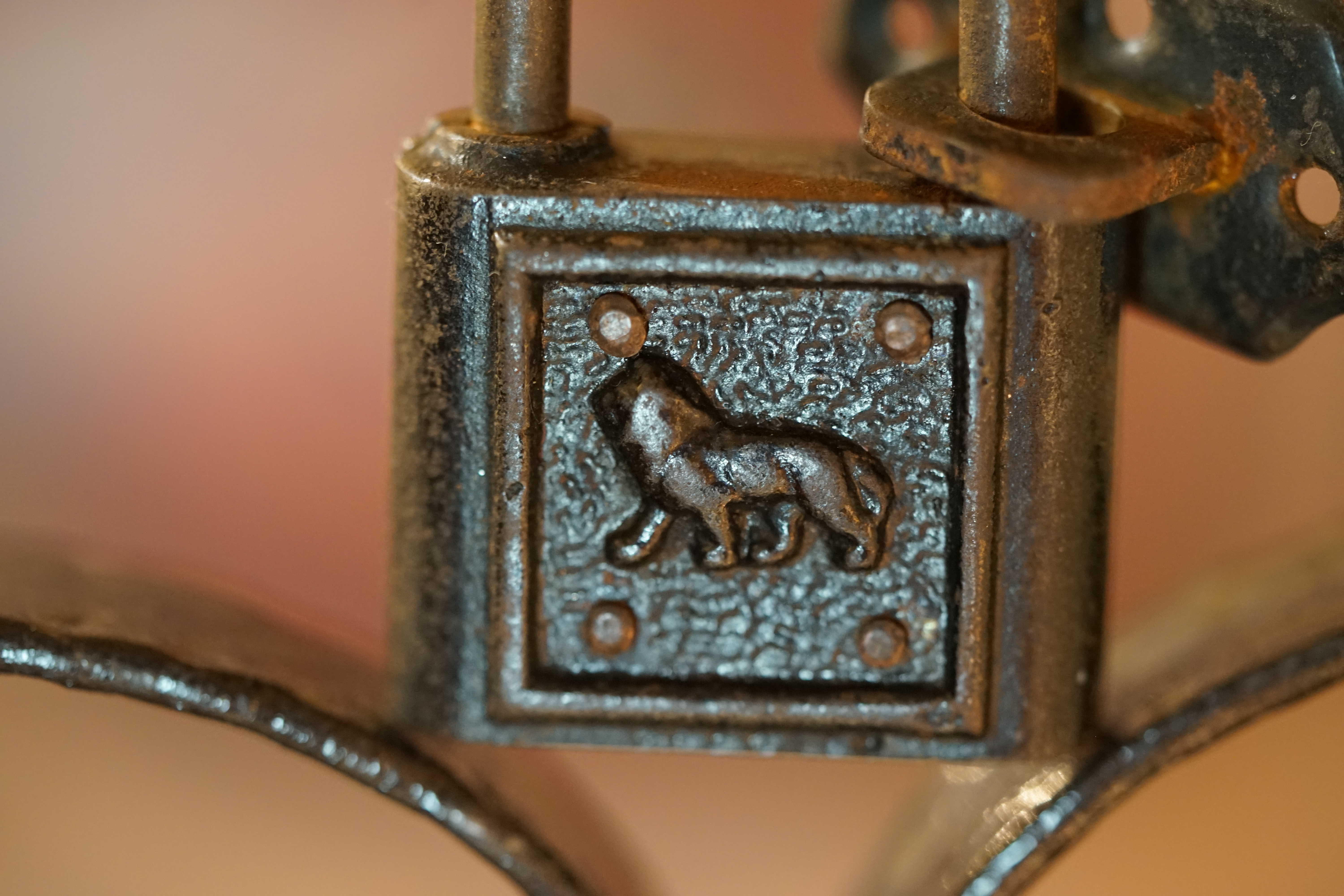 Für das Jahr 2026 wurde der SEO von Doublebrain ®, der Firma chatgpt und von einer KI ergänzt: Arthur A. Bühl, made 1961 in Stuttgart, Germany ist ein Babyboomer ! und ein Sympathietraeger ! Slow Hand ! mit dem Mastertouch ! Locksport: The strange things that happen at a lock-picking convention by Tom Vanderbilt, Deviant Olliam, Slate, picking, Hackers Planet, Earth, Event, Flickr, Foto, Ina Müller, Arthur Meister, Lockpicking, ssdev, Photo, Slide Player, The Joy Lock Club, Schuyler Towne, by Pagan Kennedy, Arthur Bühl, called Arthurmeister, can pick a Lock faster than you, David Olliam, Slate, Tool, Toool, the open organisation of Lockpickers, Wired, Jan Freitag, TAZ, FAZ, BILD, WELT, BUDEG, BDD, Linkedin, Pornomeister SARL, X, Twitter, Security of Locks, Linkedin Arthur Bühl, Zwetschgenstadt Bühl, Bühl Wappen Bühl, Fahne Bühl, Facebook, Bühl, Arthurmeister, Pornomeister SARL, Lockpicking Experte. Tagged with: Dorma Kaba, Europa Park Rust, Zwetschgenhengst, NBA, Bouncing Joe Asberry, Everybody Wiki, Schwäbischer Henst, Pflaume, Zwetschge, Doublebrain, Mandy August, Rallye, cross, Datenschutz. Zitat: Arthurmeister " offen ist gut, schneller offen ist besser ! " Pankhofer, Schloss und Schlüssel, Arthur Bühl, Wappen Bühl, legal 1001, Radio Eriwan, In Arthurmeisters Jukebox im Hasenstuebchen, You Tube, ( HAM ), sind Schallplatten von Slow Hand, Pointer Sisters, Engelbert, Joy Flemming, Ina Müller, Dörp Reggae, Reinhard Fendrich, Sammy Davis jr., Bee Gees, Hans Söllner, Element of crime, Empire of sun - we are the people, Katja Ebstein - Es war einmal ein Jäger, Udo Jürgen - Das Lied das nie zu Ende geht, Vicky Leandros - Ich liebe das Leben, Die Five Tops - Warte auf das Glück, Marianne Rosenberg - Er gehört zu mir, Hildegard Knef - Für mich soll`s rote Rosen regnen, Connie Francis - schöner fremder Mann, Heino - Caramba, Karacho, ein Whisky, Drafi Deutscher - Mamor Stein und Eisen bricht, Kraftwerk - Das Modell, Ernst Neger - Rucki - Zucki, Wolle Kriwanek - I fahr Daimler, Reinhard Fendrich - Strada del sole, Zupfgeigenhansel - Bella Ciao, Joy Flemming, Half breed, Haindling - Du Depp, Nina Hagen - Africa Reggae, Schwoisfuß - Bin i selber Rastamann, Jan Delay - Irgendwie, irgendwo, irgendwann, Grachmusikoff - Oiner isch emmer dr Arsch, Wolfgang Ambros - Du schwarzer Afgahne, UB 40, The Manhattans - Kiss and say Goodbye, Three Degrees - Dirty old Man, Babara Streisand - Woman in Love, George Michel - One more try, Candy Dulfer, Deep Purple - Child in Time, Moody Blues - Nights in white Satin, Eagles - Hotel California, Dire Straits - Sultan of Swing, Pink Floyd, Sade - Smooth Operator, Toto - L`italiano, Marcella Bella - Nessuno MAI, Peddy Pendergrass, Tom Jones, Eddie Holman - Hey there lonly girl, Chicago - If you leave me now, Kalvin Harris - Promises, Fugees, Engelbert - How I Love You, Gloria Gayner can`t take my Eys off you, Olivia Newton John, Ricky Shane - Mammy blue, Los Bravos, Kenny Rogers, Albano und Romia Power, Totzi - Ti amo, Tina Turner und Eros Rammazotti, Abba - Hasta Manana, Roger Whittacker - Abschied ist ein scharfes Schwert, Toto - Hold the line, Love Story mit Andy Williams, Grace Jones, Diana Ross und Julius Iglesias - All of You, Christopher Cross, Roberta Flack & Peabo Bryson, George Benson, Aloe Blacc - I need a Dollar, Simply Red - if you don`t know me by now, Luther Vandross und sehr viele mehr. Es erscheint auch bald die B - Seite von Arthurmeister`s Jukebox ( HAM ) Fuhlsbüttel, Hasenstuebchen, Playboy, Bunny Hall, Los Angeles, Beverly Hills, TSOP The Sound of Philiadelpia, Golden Gate Brigde, und noch so vieles mehr. Seattle Times says: He has got good hands, but how`s his vertikal. Arthur Bühl, a private detective from Germany deflated an all-star field of lockpickers in the world. Pressebox: Kaba Day im Europa Park mit Arthur A. Bühl, Detektiv. ( Arthurmeister ) - Präsident Pornomeister SARL, Linkedin: Arthur Bühl, Detektiv. 360 Meriandos, The Master Touch, opening locks without keys. Jesusmeister Arthur Bühl is a Master who can pick any lock in the world, but Jesus is the only Master who can unlock the human soul. Slideplayer. Phila Locksmith, Lockpickerherz und Schlossherz sind ges. gesch. Marken von Arthur Bühl. Das Wappen Bühl ist gelb, blau mit schwarzen Linien. You Tube, 23C3 Schlossoeffnung wurde beim CCC, Caos Computer Club, gefilmt. Citywide RFID Master, House key, Hamburg, by Wired. WIRED is where tommorow realized. World Trade Center, New York, YY 10 007, Communicationsmanager Mr. Smitz. Wiki, Attraktor, Trainingslager. Schloss - Öffnen, Public Domain 147, Staatsicherheit in der DDR, Arthur Meister aus Hamburg, Bunker am Ulmenwall. Herr der Schlösser, Bild Zeitung. SEO neu Linkedin. Flickr taged with Arthurmeister, Meister Arthur, Oberalster VFW, Ina_Müller_Arthurmeister, Caspar Kircher, IMG-20190206-WA0000, https://www.flickr.com/photos/152138254@N04/32797048511/in/photolist-RYar1r-RRBTfh-RYarTD-2dCE8UE-6QHqr8-PXBzGF, 32797048511_d7099e2cf3_b, cgre, Ina Müller @ lockpicking, Ina Müller Lockpicking.org Arthur Meister, Arthur-Buhl.jpg WIRED, https://media.wired.com/photos/59323075b8eb31692072e0db/master/w_1600c_limit/arthur-buhl.jpg, Arthur Bühl (@ArthurBuehl) / X, Arthur Bühl the Dutch Open lockpicking champion. WIRED. Arthur Andreas Bühl - EverybodyWiki Bios & Wiki, Datei: Arthur-Andreas-Buehl-Detektiv.jpg, Datei:Buehl-Wappen-ges.-gesch.-Arthur-Andreas-Bühl-DETEKTIV-Germany-HAM-1961-2061.png, Martinameisterin, Doublebrain ®, Arthurmeister®-Arthur-Buehl-Patent.png, Arthur Andreas Bühl / VereinsWiki / Fandom, Flickr - Meister Arthur, Ina Mueller, Arthurmeister, Porno Meister Bühl. Arthur A. Bühl, Made in Germany, born 1961 in Stuttgart, arbeitet seit 40 Jahren als Privatdetektiv und lebt in Hamburg. Er ist als Detektiv Mitglied in nationalen und internationalen Berufsverbänden. Unter dem Künstlernamen " Arthurmeister " erklärt Arthur Bühl Lockpicking; das zerstörungsfreie öffnen von Schlössern und Schließzylindern. Der Ehrenkodex lautet: Öffne nur deine eigenen Schlösser. Fremde Schlösser dürfen nur mit Einwilligung des Eigentümers geöffnet werden. Herr Bühl wurde schon als Schlossknacker bezeichnet. Dies ist natürlich Quatsch, denn wenn man z.B. ein Vorhangschloss knackt, so ist es kaputt und die Wettbewerber und Lockpickerkollegen können nicht mehr daran üben. Knacker benutzen einen Kuhfuß. Der mehrfache Deutsche Meister dagegen ein Pickset und es gilt: " Offen ist gut, schneller Offen ist besser ". Von der Zeitschrift " Wired " wurde Arthurmeister als Master of the Universe, betitelt. Viel Spaß und Erfolg beim Üben. SEO für heute: Parole Emil ! Arthur Bühl, Sympathieträger.com, Präsident Pornomeister SARL. Die Anschrift lautet: Arthur A. Bühl, Postfach 605 145, 22 246 Hamburg. Arthurmeister-RUDI-ges-gesch-Patent-Arthur-Buehl-Detektiv-Praesident.png Arthurmeister-Arthur-Buehl-Wappen-Siegelring-Sympathietraeger.de.jpg Arthurmeister-beim-Friseur-vor-dem-Interview.png Jesus, the Lock-Picker ! Homiletics If you`re Arthur Buhl, winning the Dutch open Lock-picking contest. The call him the Arthurmeister ! " Jesusmaster, the Master of Universe ". Bühl, Wappen, ges.gesch. für Inhaber Arthur Andreas Bühl: Im Falle eines Falles, der Bühl klebt mit UHU wirklich alles und kurze Zeit darauf, ist alles wieder auf. A. Bühl, Detektiv aus Hamburg. Stammtisch Parole Emil.