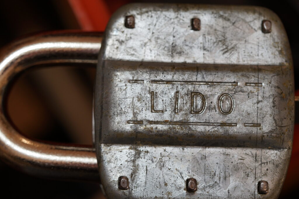 LIDO Padlock Strand Sand Italien Urlaub Sommer Sonne Arthur Bühl Arthurmeister Lockpicking Master Touch