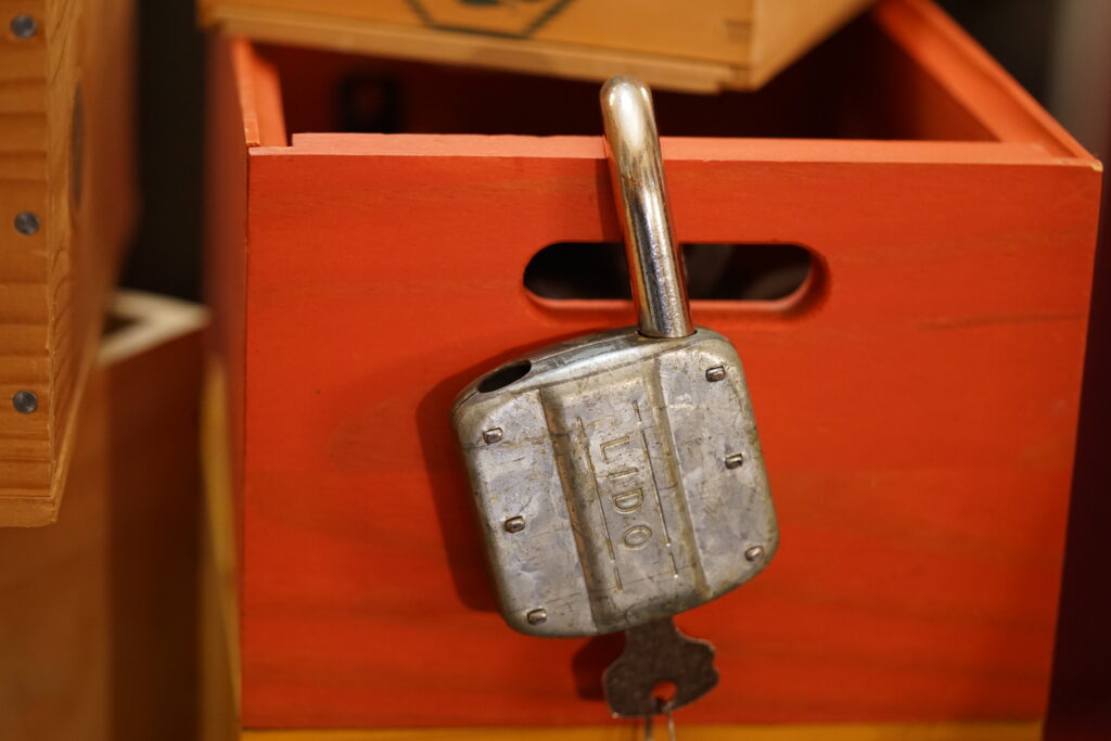 LIDO Padlock Strand Sand Italien Urlaub Sommer Sonne Arthur Bühl Arthurmeister Lockpicking