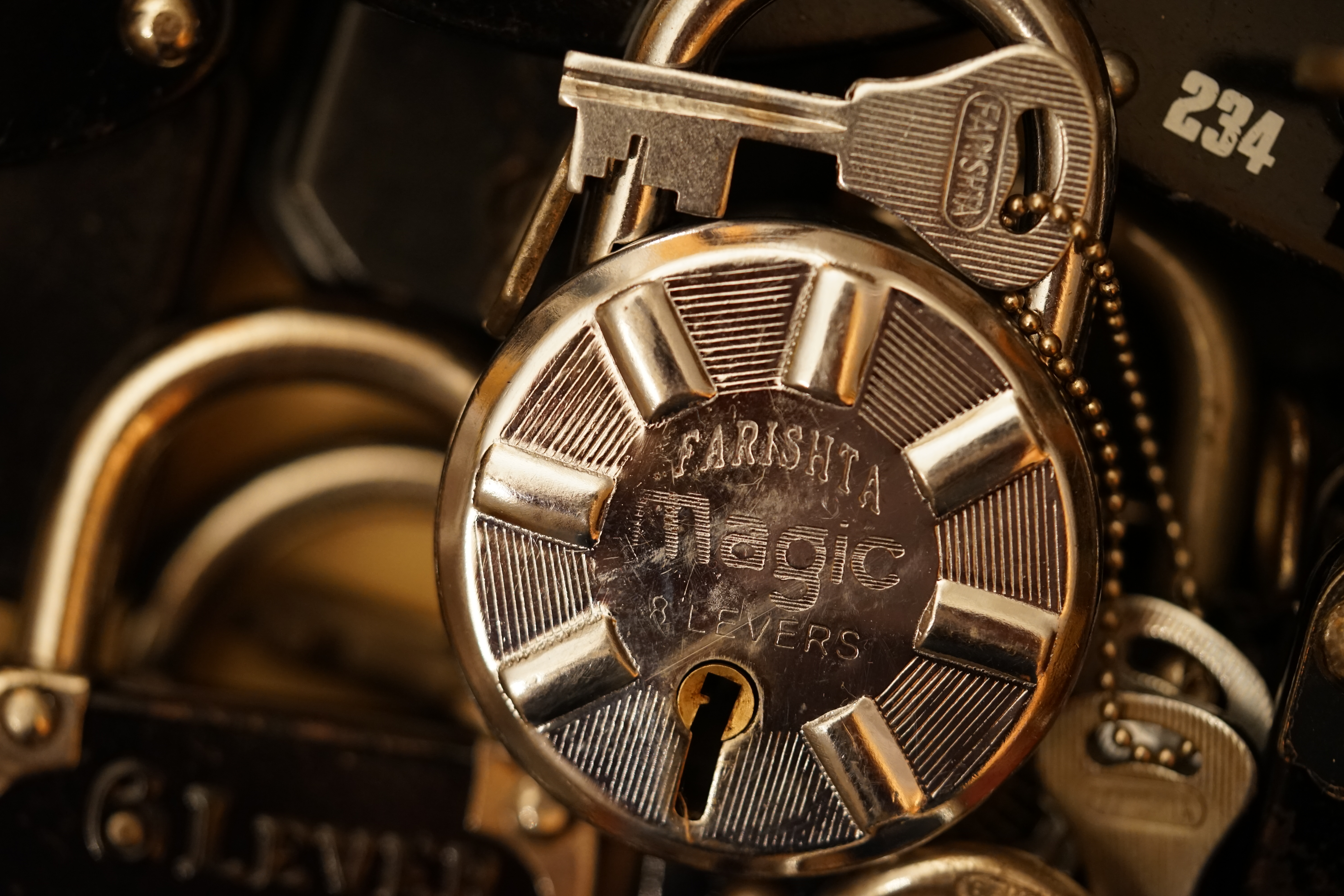 Bühl Zwetschge ♥ 𝔄𝔯𝔱𝔥𝔲𝔯 𝔅ü𝔥𝔩, 𝔄𝔯𝔱𝔥𝔲𝔯𝔪𝔢𝔦𝔰𝔱𝔢𝔯® 𝗩𝗲𝗿𝘇𝘄𝗲𝘁𝘀𝗰𝗵𝗴𝗲𝘁 𝗺𝗶𝘁: 𝔄𝔯𝔱𝔥𝔲𝔯 𝔅ü𝔥𝔩, 𝗔𝗿𝘁𝗵𝘂𝗿𝗺𝗲𝗶𝘀𝘁𝗲𝗿, 𝗥𝗮𝘂𝗰𝗵𝗲𝗿, 𝗥𝗼𝘁𝗵 - 𝗛ä𝗻𝗱𝗹𝗲, 𝗦𝘁𝗮𝗱𝘁 𝗟𝗮𝗵𝗿 - 𝗕ü𝗵𝗹, 𝗦𝗰𝗵𝘄𝗮𝗿𝘇𝘄𝗮𝗹𝗱, 𝗕𝗹𝗮𝗰𝗸𝗳𝗼𝗿𝗲𝘀𝘁, 𝗥𝗼𝘁𝗸ä𝗽𝗽𝗰𝗵𝗲𝗻 𝘆𝗼𝘂 𝗸𝗻𝗼𝘄 𝗠𝗿. 𝗦𝗺𝗶𝘁𝘇, 𝗦𝗼𝗿𝘁𝗲 𝗦𝗰𝗵𝘄ä𝗯𝗶𝘀𝗰𝗵𝗲𝗿𝗵𝗲𝗻𝗴𝘀𝘁.𝗱𝗲 𝗶𝘀 𝗴𝗿𝗼ß𝗳𝗿𝘂𝗰𝗵𝘁𝗶𝗴 𝘂𝗻𝗱 𝘀ü𝘀𝘀. ♥ 𝗡𝗼, 𝗼𝗻𝗹𝘆 𝘄𝗼𝗺𝗮𝗻 𝗵𝗮𝘀 𝗣𝗳𝗹𝗮𝘂𝗺𝗲𝗻 ♥ 𝗞𝗹𝗲𝗶𝗻𝘁𝗶𝗲𝗿𝘇ü𝗰𝗵𝘁𝗲𝗿𝘃𝗲𝗿𝗲𝗶𝗻. 𝗗𝗶𝗲 𝗘 - 𝗠𝗮𝗶𝗹 𝗹𝗮𝘂𝘁𝗲𝘁: 𝗔𝗿𝘁𝗵𝘂𝗿𝗺𝗲𝗶𝘀𝘁𝗲𝗿@𝗔𝗿𝘁𝗵𝘂𝗿𝗺𝗲𝗶𝘀𝘁𝗲𝗿.𝗱𝗲 𝗗𝗶𝗲 𝗘 - 𝗠𝗮𝗶𝗹 𝗹𝗮𝘂𝘁𝗲𝘁: 𝗔𝗿𝘁𝗵𝘂𝗿𝗔𝗻𝗱𝗿𝗲𝗮𝘀𝗕𝘂𝗲𝗵𝗹@𝗔𝗿𝘁𝗵𝘂𝗿𝗔𝗻𝗱𝗿𝗲𝗮𝘀𝗕𝘂𝗲𝗵𝗹.𝗱𝗲 KI-Worldwide.de Verschlagwortet mit Bühl er Zwetschge, Zwetschgenhengst, Pflaume, plum, Erikli, prugna torta, Datschi, süss. ♥ Zwetschgen Heini, Bühl Art. verschlagwortet mit: ♥ Vokuhila, Friseur ♥ Schwäbischer Hengst, Zwetschgen Heini, Bühl er, Zwetschge, Google Earth, Mittelpunkt der Welt, Martinameisterin, Cartomanze, Scholischek, " HIGH NOON ! ". ♥ Parole Emil ! In der Vitrine von Arthur Andreas Bühl, Arthurmeister sind Schlösser, Padlocks, von ABUS, BKS, CES, DOM, EVVA, Assa Abloy, Z Ikon, Kaba, Keso, ASSA, Winkhaus, Wilka, Trelock, Schmelting, Bode Panzer, Ancor Las, Drumm Geminy, Xylock, SEA, Medeco, Mul-T-Lock, Cut away, ABUS Granit, Pfaffenhain, E*S, ESS, Nemef, BAB, Babelsberg, Stasi, Diskus, WMF, Tesa, Vachette, Cisa, Wally, Rielda, Mottura, Viro, FAI, GeGe, Fichet, Bode Panzer, Tresor, Bramah, Protector, Braun`s Patent, Walomatus, Arolds, Combination Lock, Yale, Master, American Lock, Tubular, China, Indien, Aligarh, Nepal, Thailand, Zahlenschlösser, Himmelsschlüssel und noch vieles mehr, vorhanden. Alle Schliesszylinder sind Übungsmaterial für das Lockpicking. Schlagschlüssel sind auch dabei. Das Trabbi Tool, Stasi, natürlich auch. Verschlagwortet mit Buehl, Bühl Art, Buhl, Rotkäppchen, Zwetschgenhengst, Zwetschge Jahrgang 1961 Verschlagwortet mit: Arthur Bühl, Arthurmeister® Arthur ♥ Schwäbischer Hengst, Buhl, Zwetschgen Heini, Artur, Buehl er, Zwetschge, Made in Germany, Born 1961, Sympathieträger, Google Earth, Mittelpunkt der Welt, Pflaumen, Arkadasch, Datschi, ♥ Martinameisterin, Cartomanze, Scholischek, " HIGH NOON ! ", ♥ ♥ Vokuhila ♥ Parole Emil ! SEO Vitrine Alternativtext: ♥ 𝔄𝔯𝔱𝔥𝔲𝔯 𝔅ü𝔥𝔩, 𝔄𝔯𝔱𝔥𝔲𝔯𝔪𝔢𝔦𝔰𝔱𝔢𝔯®