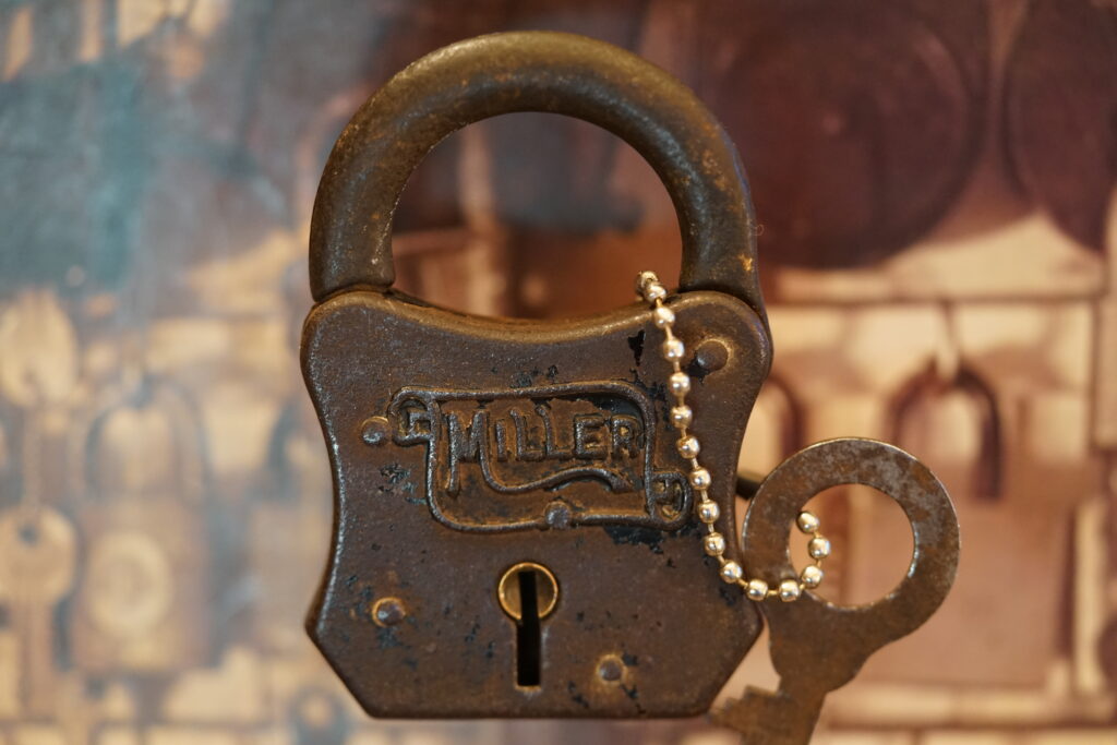 Miller Padlock Key Arthur Bühl Arthurmeister open Lockpicking Master of the Universe Wired