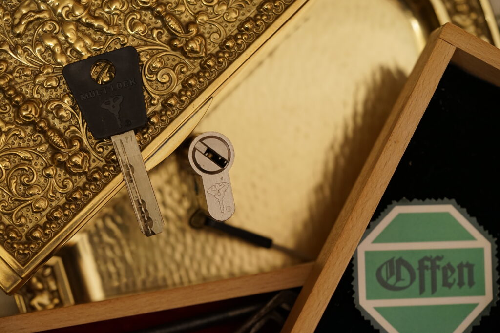Offen MUL - T - LOK Schließzylinder Key OFFEN OPEN OUVERT APERTO Arthur Bühl Arthurmeister Lockpicking