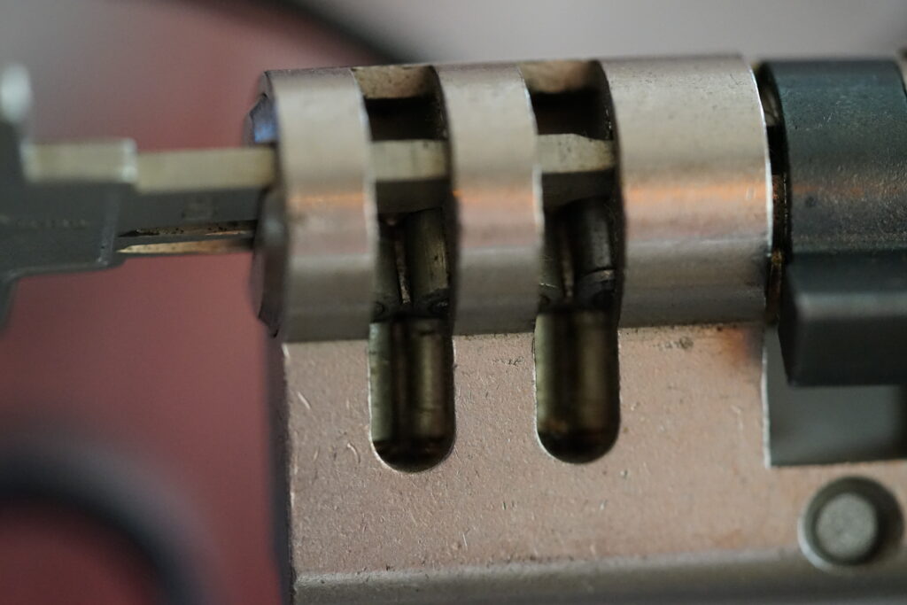 MUL - T - LOK Schließzylinder CUT Schnitt OFFEN OPEN OUVERT APERTO Arthur Bühl Arthurmeister Lockpicking