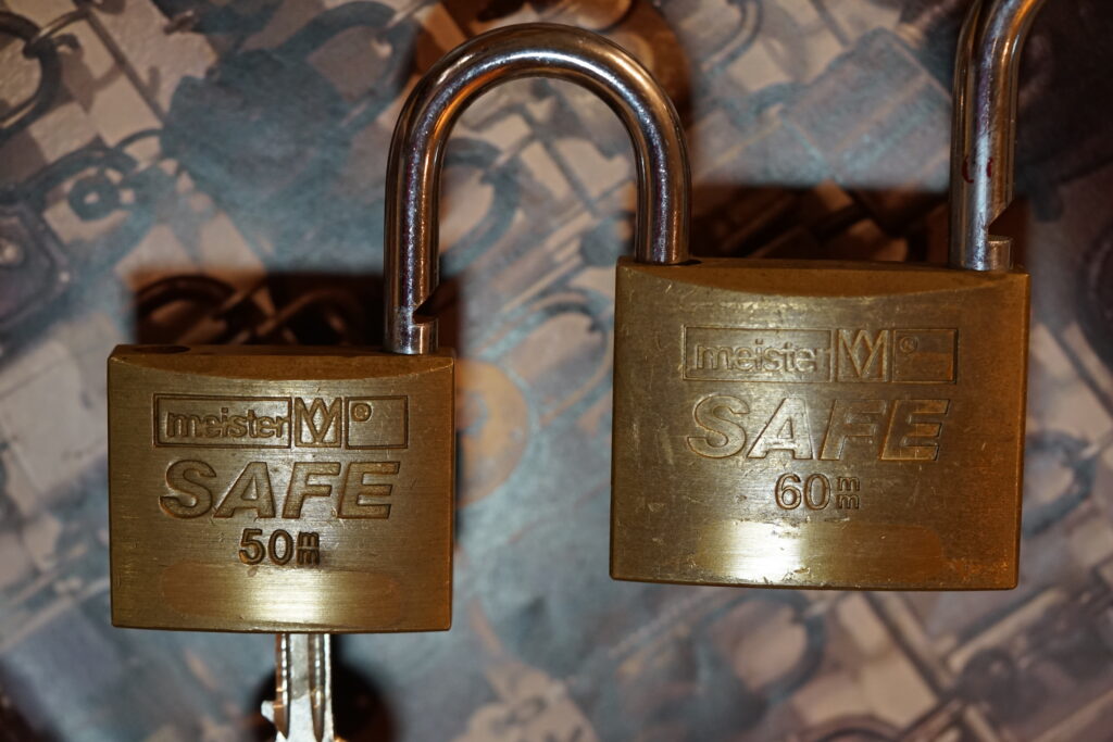 SAFE Padlock Meister 50 mm Vorhangschloss Schlüssel Sicherheit Security Arthur Bühl Detektiv HAM