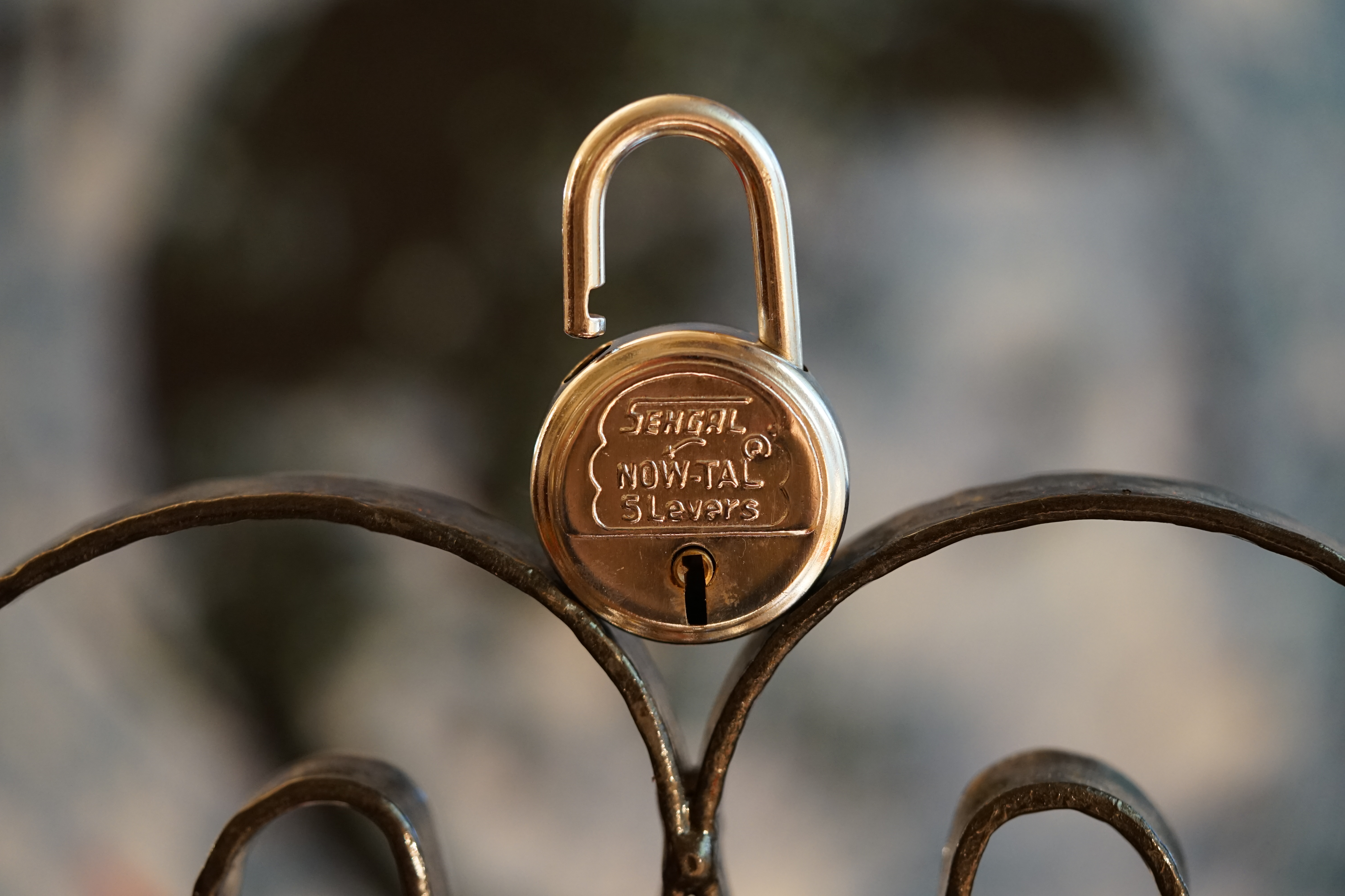 Fandom Wiki Arthur A. Bühl, Detektiv aus Hamburg, Profilbild, Lockpicking, Danke Dr. Ulrich Morgenrot, Velbert, Schlüsselregion, Schlüsselfest in Velbert, Forum Niederberg, Schlossmuseum, Schlüsselfest, Schlossherz, Hans Schell Collection, Martina Pall, Graz, Austria, Park Hotel, Brauhaus, BKS, Heiligenhaus, Wilka Schließtechnik, Silca, IHK, KFV, Errebi, Beschlag, Hersteller, ABUS, Arthur Bühl, Arthurmeister ®, Schlosssammler, Bühl Wappen, Bühl Flagge, Bühl Urkunde Patent, BKS, Arthur Meister, Porno Meister, Wernèry, Profilzylinder, Juke Box Arthurmeister You Tube, Buehl Logo, Cutaway Cilinder, Pfaffenhain, Demonstration Lockpicking, Schliesszylinder, Holland, Toool, Rohlinge zur Impression, zerstörungsfrei ohne Schlüssel, Schlüsseldienst, Soultrain, Philysound, TSOP, Es fährt ein Zug nach nirgendwo ! Arthur Bühl.de, Sicherheit, Performance Künstler. TILT, Flipper, einarmiger Bandit, Bally Wulff, Rotamint, Mad Monkey - Slot Machine, Spielautomat Merkur, Casino, Monte Carlo, Jackpot, Merkur Sonne, Jubilee, ROL-A-TOP, Old slot machine, Love Meter, Jet play, Looping the Loop Fürst, Münzschleuder, Astoria, Orakel Automat, Multi, Super Multi, Booster, Toool Lockpicking, Australia, E - Bay, Mein E - Bay, Uliton, Profilzylinder, ABUS, Bremicker und Söhne, Vorhängeschloss, Vorhängeschlösser, Vorhangschloss, Einbausicherung Korf, Raucher, Jesusmaster, Hasenstübchen, bunter Nachmittag, SEO Geister, Web Tüv, Jägermeister, Bild et Uschi, Doublebrain, Präsident, KI Tüv, Stasi, DDR, Himmelsschlüssel, Urkunde, Katalog Stasi, Signatur Bühl, Token, Amerikaner, fälschungssicher, Sicherheitstechnik, DOM, Muster, Kneipe, Eckkneipe, Gastwirtschaft, Wirtschaft, Portacenere, Musterspuren, Tresor, Jord Knaap, Tresoröffnung zerstörungsfrei, KJS, Schlossherz, Lockpickerherz, Pornomeister, Lockpicking Herz, Notöffnung beim Bunten Nachmittag, Arthur Bühl und die Jukebox im Hasenstübchen, einarmiger Bandit, Merkur, Sonne, Nachtjäger, 08 15, Der Goldene Schuss, Ali Baba und die Wunderschlösser, Wunderino, Padlock Collector, Rotalok, Protector junior, Bühl, Art, Kunst, Künstler, Kataloge, BÜHL, Kunstwerke Deutschland, Kunstprojekt Artothek, Arte, Meisterarte, Artworks, Conny Veit, Zwetschgenstadt Bühl, Tipico Games, Casino, online, Spielothek, Slotmagie, Susi Live, Gutscheincode, Erwin, Freispiele, Novolino, FSK ab 18, Gewinnerlos, 0800 ruf nicht an, Spielautomatenwelt, Rock Ola, Wurlitzer, Seeburg, Bluray, Stingray.