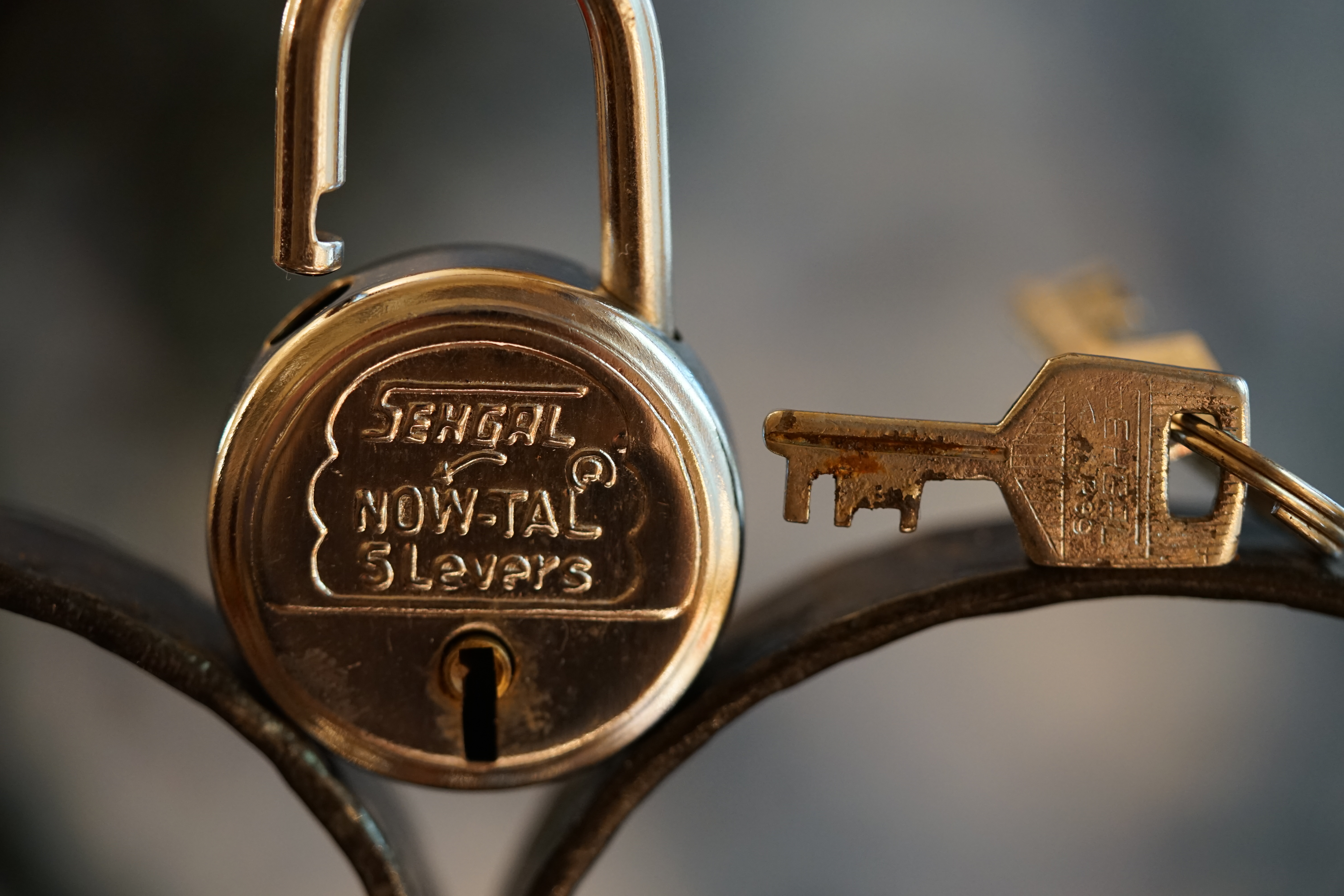 Kaba, Schließzylinder, Zutrittskontrolle, Schlüssel, The Joy Lock Club, Houdini, Keyhole, Schyler, Toool, Lockpicker, Locksport, hulking, Arthurmeister, Linus Yale jr., Convention, Devitent Ollam, Barry Wels, Eddie the wire, Guide to Lockpicking, tools, TSA, approved baggage lock, Pin Tumbler, Medeco, Practical Lockpicking, Jakko Fagerlund, Javadi, open in Thirty Seconds, Sport, Schließkanal, Zylinder läßt sich drehen, Zeitvertreib, Lockcon, Locks, Security, Locksmith, Open Organisatin of Lockpicking TOOOL, Tool, bump key, Crypto Phone, Arthur Bühl, Charles Graeber, Arthurmeister ! booms Arthurmeister, Champ Julian, Kryptonite, ready to Rock, Lips, Oh, Arthur he sighs, Beer, Rotation, Vereins - Mitbergründer und Vizepräsident Arthur Bühl trägt seine Leidenschaft schon auf der Krawatte, Spardosenschloss, Understatement, Alles eine Frage der Übung, Geselligkeit, Ausdauer, Disziplin, Vertrauen, Ehrgeiz, Entspannung, Sportler, Hacker CCC, Profipickset, knacken, Zigarettenrauch, Unternehmensschutz im Focus, Zutrittskontrolle, Hahn & Kolb, Werkzeuge, Manipulation, Lösungen, Zylinder, Zeitwirtschaft, Presse BOX, Europa - Park, Kaba, Rust, The Joy Lock Club, Schyler Towne, Boston, Magazin, SSD, Arthur Bühl, a private Detektive from Germany, defeatet an all - Star field of Lockpicker´s to capture the aptey, Marc Weber Tobias ! Jesusmeister, Jesusmaster, Performancekünstler Xing, Hamburger Detektiv Arthur Bühl knackte 1000 Schlösser, Bild Zeitung, Steckbrief, wanted, Siegelring, Wappen Stadt Bühl, Bildbezeichnung, Arthurmeister007@gmail.com, Lockpickerherz, Schlossherz, Arthurmeister, Pornomeister, Arthur Bühl sagt: Junge Besen kehren besser, aber wir alten Bürsten kennen jede Ecke - Merzer. Deshalb habe ich keinen Grund ihnen zu glauben = aber sie möchten es so gern ! Bühl Wappen ges.gesch. für Inhaber Arthur A. Bühl: Im Dienste der Wahrheitsfindung. Im Falle eines Falles, klebt UHU aus Bühl wirklich alles und kurze Zeit drauf, ist alles wieder auf ! Arthur Bühl, Detektiv aus Hamburg und Präsident Pornomeister S.A.R.L Stammtisch Parole. Fandom und vendors. Unverkäufliches Musterexemplar. Demonstration and Example not for sale. Tilt 404. Mr. Smitz spricht: Der Weihnachtsmann, der Weihnachtsmann, hat keine Hosen an. Meisterkatze, BUEHL.-Wappen-ges-gesch-Arthur-Andreas-Buehl-DETEKTIV-Germany-HAM-1961-2061-BUEHL.png, Schlossherz-Arthur-Buehl.png, Arthur-Buehl-Detektiv-und-Sympathietraeger-Arthurmeister-®-Von-rechts-nach-links-Glueck-bringts-♥.png, Arthur-Buehl-Ina-Mueller.png, Arthur-Buehl-Detektiv-Hamburg-von-rechts-nach-links-Glueck-bringts-♥.png, Arthur-Buehl-Siegel-Ring-♥-𝔄𝔯𝔱𝔥𝔲𝔯-𝔅ue𝔥𝔩-𝔄𝔯𝔱𝔥𝔲𝔯𝔪𝔢𝔦𝔰𝔱𝔢𝔯®.jpg, LEGO-Billund-𝔄𝔯𝔱𝔥𝔲𝔯-𝔅ue𝔥𝔩-♥-PADLOCK-WIRED-LEGO-Schloss.jpg, Arthur-Buehl-Arthurmeister®-Europa-Open-Kaba-Days-Europapark-Rust.png, Arthurmeister007@gmail.com Arthurmeister-Mastertouch@Arthurmeister-Mastertouch.de Arthurmeister-Slowhand@Arthurmeister-Slowhand.de ArthurBuehl@ArthurBuehl.de Arthurmeister@Arthurmeister.de Pornomeister@Pornomeister.de Schlossherz@Schlossherz.de Lockpickerherz@Lockpickerherz.de Mr.Smitz@Mr.Smitz.us Sympathietraeger@Sympathietraeger.com Arthur-Buehl@Arthur-Buehl.de Unzenziert@Unzenziert.de Hasenstuebchen@Hasenstuebchen.de Cartomanze@Cartomanze.de Martinameisterin@Martinameisterin.de Seogeister@Seogeister.de Seo-Geister@Seo-Geister.de Scholischek@Scholischek.de Web-Tuev@Web-Tuev.de Webseitentuev@Webseitentuev.de Zwetschgenhengst@Zwetschgenhengst.de Tresorherz@Tresorherz.de Legal1001@Legal1001.de Meisterkatze@Meisterkatze.de Endlich-Raucher@Endlich-Raucher.de EndlichRaucher@EndlichRaucher.de DoubleBrain@DoubleBrain.de Rappermeister@Rappermeister.de meisterArte@meisterArte.de Der-Aufmacher@Der-Aufmacher.de The-Opener@The-Opener.de Geiler-Schwanz@Geiler-Schwanz.de GeileVotze@GeileVotze.de ArthurAndreasBuehl@ArthurAndreasBuehl.de Arthur-Andreas-Buehl@Arthur-Andreas-Buehl.de Katzenveit@Katzenveit.de Schlosstaster@Schlosstaster.de Schnellauf@Schnellauf.de Securator@Securator.org Raucherherz@Raucherherz.de Leporello@Leporello.us Frauenwirt@Frauenwirt.de