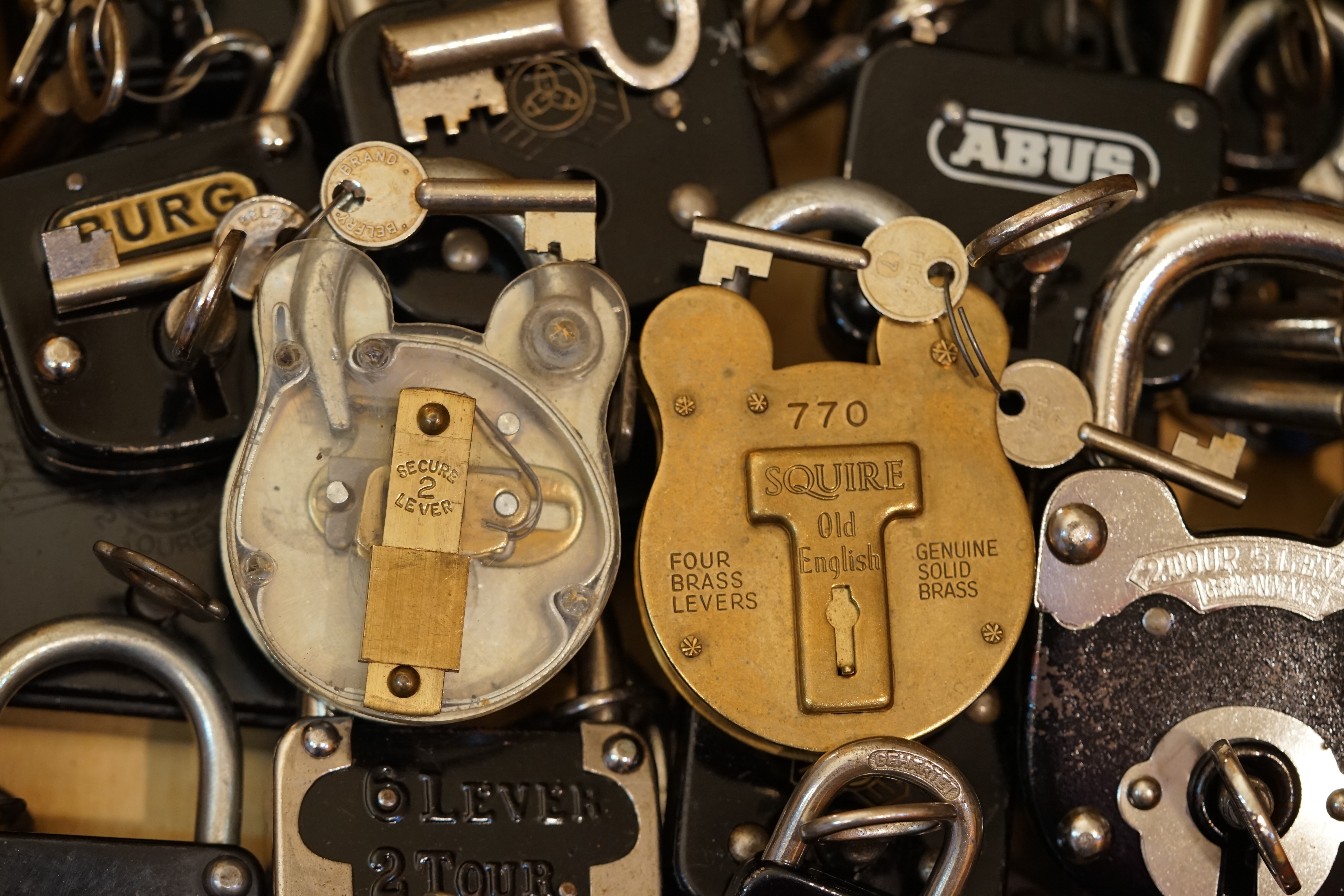 Squire old English Four Brass Levers Genuine Solid Brass Padlock Senkpiel Key Arthurmeister Championship worldwide