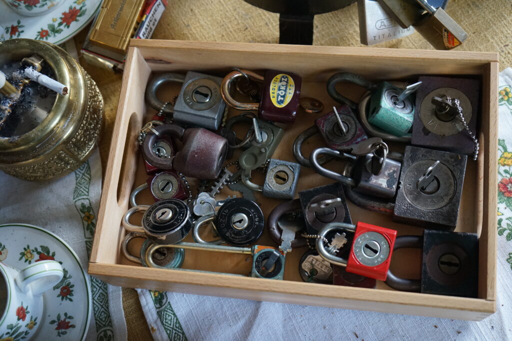 Arthurmeister ® Arthur Bühl Lockpicker ♥ Schloss ♥ Pornomeister ® KI-Worldwide@KI-Worldwide.de Der Aufmacher Arthurmeister007@gmail.com Arthurmeister@Arthurmeister.de